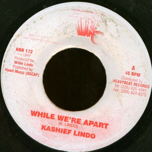 ・アーティスト Kashief Lindo ・タイトル While We're Apart ・レーベル・型番 Heavy Beat HBR172 ・フォーマット 7インチレコード ・コンディション(盤) 良い (VG+) ・コンディション(ジャケット) ・コンディション(帯) オビなし ・特記事項 サンプル画像です。実際の商品の画像ではありません 商品写真はバーコード/カタログ番号に対応したサンプル画像ですので、お送りする商品の画像ではありません。帯やライナーなどの付属品は、特記事項に記載されている場合のみ含まれます。プロモやカラーレコードなどの仕様についても、該当する場合のみ特記事項に記載しています。 【ご購入前に必ずご確認ください】 ・本店サイト(www.recordcity.jp)とは価格、送料が違います ・本店サイト、その他支店のオーダーとは同梱発送できません ・注文確定後に別の注文を頂いた場合、注文同士の同梱は致しかねます。 ・別倉庫から発送しているため、店頭受け渡しは対応しておりません ・一部商品は他の通販サイトでも販売しているため、ご注文のタイミングによっては商品のご用意ができない場合がございます。 ・土日祝日はお休みです 金曜・祝前日9時以降のご連絡またはご入金は、返答または発送が週明け・祝日明けに順次対応となります。 ・ご購入後のキャンセル不可 ご購入後のキャンセルはいかなる理由においてもお受けできません。ご了承の上、ご購入くださいませ。 ・日本郵便(ゆうパック/ゆうメール)によるお届けになります。 ・中古品であることをご理解ください 当ストアでは中古商品を主に販売しております。中古品であることをご理解の上ご購入ください。また、一部商品はRecordCityオンラインストアで試聴可能です。 ・返品について お客様のご都合による返品は一切承っておりません。 表記の内容と実際の商品に相違がある場合、また針飛び等で返品・返金をご希望される場合は、商品の到着後1週間以内にご連絡ください。商品の返送をこちらで確認後、キャンセル・返金を行います。 コンディションVG以下の商品は返品できません。プレイに影響のない表面のこすれ傷、プレス起因のノイズ盤は返品の対象外です。 【コンディション表記】 ・ほぼ新品(M-)(Like New) 完全な新品。未使用。当店ではほぼ使用しません ・非常に良い(EX)(Excellent) 中古盤として美品な状態。わずかな経年を感じるものの傷みを感じさせない、当店基準で最高の状態 ・良い(VG+)(Very Good Plus) 丁寧に扱われた中古品で、軽い使用感がみられる。 ・可(VG)(Acceptable) 使い込まれた中古品で、「良い」よりもさらに使用感がみられる。 ・悪い(VG-)(Bad) 状態が悪いアイテム。使用の保障はなく、再生不可、針飛び、目立つノイズがあるかもしれない。状態によるクレーム不可。返品不可。 ・非常に悪い(G)(Very Bad) 「悪い」よりさらに状態が悪いアイテム。使用の保障はなく、再生不可、針飛び、目立つノイズがあるかもしれない。状態によるクレーム不可。返品不可。 ・ジャンク(Fair)(Junk/Fair) 割れている、反っている、水ダメージがある、カビ、ジャケットが分離している、ひどい書き込み、ひどい擦れなど最低の状態。使用の保障はなく、再生不可、針飛び、目立つノイズがあるかもしれない。状態によるクレーム不可。返品不可。 ・ジャンク(Poor)(Junk/Poor) 割れている、反っている、水ダメージがある、カビ、ジャケットが分離している、ひどい書き込み、ひどい擦れなど最低の状態。使用の保障はなく、再生不可、針飛び、目立つノイズがあるかもしれない。状態によるクレーム不可。返品不可。