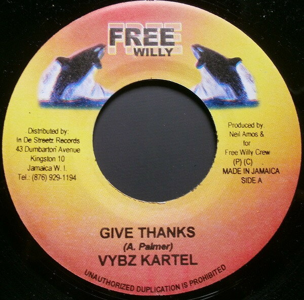 ・アーティスト Vybz Kartel ・タイトル Give Thanks ・レーベル・型番 Free Willy NONE ・フォーマット 7インチレコード ・コンディション(盤) 良い (VG+) ・コンディション(ジャケット) ・コンディション(帯) オビなし ・特記事項 サンプル画像です。実際の商品の画像ではありません 商品写真はバーコード/カタログ番号に対応したサンプル画像ですので、お送りする商品の画像ではありません。帯やライナーなどの付属品は、特記事項に記載されている場合のみ含まれます。プロモやカラーレコードなどの仕様についても、該当する場合のみ特記事項に記載しています。 【ご購入前に必ずご確認ください】 ・本店サイト(www.recordcity.jp)とは価格、送料が違います ・本店サイト、その他支店のオーダーとは同梱発送できません ・注文確定後に別の注文を頂いた場合、注文同士の同梱は致しかねます。 ・別倉庫から発送しているため、店頭受け渡しは対応しておりません ・一部商品は他の通販サイトでも販売しているため、ご注文のタイミングによっては商品のご用意ができない場合がございます。 ・土日祝日はお休みです 金曜・祝前日9時以降のご連絡またはご入金は、返答または発送が週明け・祝日明けに順次対応となります。 ・ご購入後のキャンセル不可 ご購入後のキャンセルはいかなる理由においてもお受けできません。ご了承の上、ご購入くださいませ。 ・日本郵便(ゆうパック/ゆうメール)によるお届けになります。 ・中古品であることをご理解ください 当ストアでは中古商品を主に販売しております。中古品であることをご理解の上ご購入ください。また、一部商品はRecordCityオンラインストアで試聴可能です。 ・返品について お客様のご都合による返品は一切承っておりません。 表記の内容と実際の商品に相違がある場合、また針飛び等で返品・返金をご希望される場合は、商品の到着後1週間以内にご連絡ください。商品の返送をこちらで確認後、キャンセル・返金を行います。 コンディションVG以下の商品は返品できません。プレイに影響のない表面のこすれ傷、プレス起因のノイズ盤は返品の対象外です。 【コンディション表記】 ・ほぼ新品(M-)(Like New) 完全な新品。未使用。当店ではほぼ使用しません ・非常に良い(EX)(Excellent) 中古盤として美品な状態。わずかな経年を感じるものの傷みを感じさせない、当店基準で最高の状態 ・良い(VG+)(Very Good Plus) 丁寧に扱われた中古品で、軽い使用感がみられる。 ・可(VG)(Acceptable) 使い込まれた中古品で、「良い」よりもさらに使用感がみられる。 ・悪い(VG-)(Bad) 状態が悪いアイテム。使用の保障はなく、再生不可、針飛び、目立つノイズがあるかもしれない。状態によるクレーム不可。返品不可。 ・非常に悪い(G)(Very Bad) 「悪い」よりさらに状態が悪いアイテム。使用の保障はなく、再生不可、針飛び、目立つノイズがあるかもしれない。状態によるクレーム不可。返品不可。 ・ジャンク(Fair)(Junk/Fair) 割れている、反っている、水ダメージがある、カビ、ジャケットが分離している、ひどい書き込み、ひどい擦れなど最低の状態。使用の保障はなく、再生不可、針飛び、目立つノイズがあるかもしれない。状態によるクレーム不可。返品不可。 ・ジャンク(Poor)(Junk/Poor) 割れている、反っている、水ダメージがある、カビ、ジャケットが分離している、ひどい書き込み、ひどい擦れなど最低の状態。使用の保障はなく、再生不可、針飛び、目立つノイズがあるかもしれない。状態によるクレーム不可。返品不可。