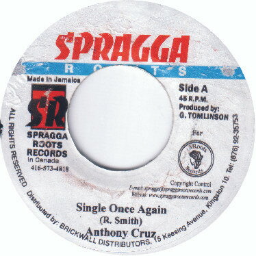 ・アーティスト Anthony Cruz ・タイトル Single Once Again ・レーベル・型番 Spragga Roots NONE ・フォーマット 7インチレコード ・コンディション(盤) 良い (VG+) ・コンディション(ジャケット) ・コンディション(帯) オビなし ・特記事項 【レーベルにシール付着】 サンプル画像です。実際の商品の画像ではありません 商品写真はバーコード/カタログ番号に対応したサンプル画像ですので、お送りする商品の画像ではありません。帯やライナーなどの付属品は、特記事項に記載されている場合のみ含まれます。プロモやカラーレコードなどの仕様についても、該当する場合のみ特記事項に記載しています。 【ご購入前に必ずご確認ください】 ・本店サイト(www.recordcity.jp)とは価格、送料が違います ・本店サイト、その他支店のオーダーとは同梱発送できません ・注文確定後に別の注文を頂いた場合、注文同士の同梱は致しかねます。 ・別倉庫から発送しているため、店頭受け渡しは対応しておりません ・一部商品は他の通販サイトでも販売しているため、ご注文のタイミングによっては商品のご用意ができない場合がございます。 ・土日祝日はお休みです 金曜・祝前日9時以降のご連絡またはご入金は、返答または発送が週明け・祝日明けに順次対応となります。 ・ご購入後のキャンセル不可 ご購入後のキャンセルはいかなる理由においてもお受けできません。ご了承の上、ご購入くださいませ。 ・日本郵便(ゆうパック/ゆうメール)によるお届けになります。 ・中古品であることをご理解ください 当ストアでは中古商品を主に販売しております。中古品であることをご理解の上ご購入ください。また、一部商品はRecordCityオンラインストアで試聴可能です。 ・返品について お客様のご都合による返品は一切承っておりません。 表記の内容と実際の商品に相違がある場合、また針飛び等で返品・返金をご希望される場合は、商品の到着後1週間以内にご連絡ください。商品の返送をこちらで確認後、キャンセル・返金を行います。 コンディションVG以下の商品は返品できません。プレイに影響のない表面のこすれ傷、プレス起因のノイズ盤は返品の対象外です。 【コンディション表記】 ・ほぼ新品(M-)(Like New) 完全な新品。未使用。当店ではほぼ使用しません ・非常に良い(EX)(Excellent) 中古盤として美品な状態。わずかな経年を感じるものの傷みを感じさせない、当店基準で最高の状態 ・良い(VG+)(Very Good Plus) 丁寧に扱われた中古品で、軽い使用感がみられる。 ・可(VG)(Acceptable) 使い込まれた中古品で、「良い」よりもさらに使用感がみられる。 ・悪い(VG-)(Bad) 状態が悪いアイテム。使用の保障はなく、再生不可、針飛び、目立つノイズがあるかもしれない。状態によるクレーム不可。返品不可。 ・非常に悪い(G)(Very Bad) 「悪い」よりさらに状態が悪いアイテム。使用の保障はなく、再生不可、針飛び、目立つノイズがあるかもしれない。状態によるクレーム不可。返品不可。 ・ジャンク(Fair)(Junk/Fair) 割れている、反っている、水ダメージがある、カビ、ジャケットが分離している、ひどい書き込み、ひどい擦れなど最低の状態。使用の保障はなく、再生不可、針飛び、目立つノイズがあるかもしれない。状態によるクレーム不可。返品不可。 ・ジャンク(Poor)(Junk/Poor) 割れている、反っている、水ダメージがある、カビ、ジャケットが分離している、ひどい書き込み、ひどい擦れなど最低の状態。使用の保障はなく、再生不可、針飛び、目立つノイズがあるかもしれない。状態によるクレーム不可。返品不可。
