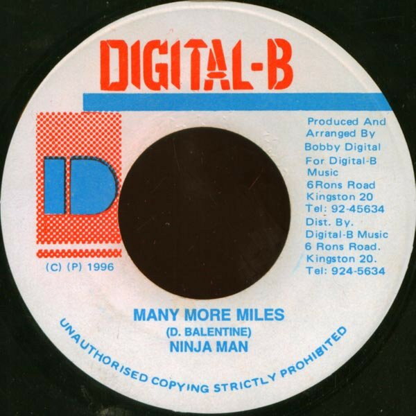 ・アーティスト Ninjaman ・タイトル Many More Miles ・レーベル・型番 Digital-B NONE ・フォーマット 7インチレコード ・コンディション(盤) 良い (VG+) ・コンディション(ジャケット) ・コンディション(帯) オビなし ・特記事項 サンプル画像です。実際の商品の画像ではありません 商品写真はバーコード/カタログ番号に対応したサンプル画像ですので、お送りする商品の画像ではありません。帯やライナーなどの付属品は、特記事項に記載されている場合のみ含まれます。プロモやカラーレコードなどの仕様についても、該当する場合のみ特記事項に記載しています。 【ご購入前に必ずご確認ください】 ・本店サイト(www.recordcity.jp)とは価格、送料が違います ・本店サイト、その他支店のオーダーとは同梱発送できません ・注文確定後に別の注文を頂いた場合、注文同士の同梱は致しかねます。 ・別倉庫から発送しているため、店頭受け渡しは対応しておりません ・一部商品は他の通販サイトでも販売しているため、ご注文のタイミングによっては商品のご用意ができない場合がございます。 ・土日祝日はお休みです 金曜・祝前日9時以降のご連絡またはご入金は、返答または発送が週明け・祝日明けに順次対応となります。 ・ご購入後のキャンセル不可 ご購入後のキャンセルはいかなる理由においてもお受けできません。ご了承の上、ご購入くださいませ。 ・日本郵便(ゆうパック/ゆうメール)によるお届けになります。 ・中古品であることをご理解ください 当ストアでは中古商品を主に販売しております。中古品であることをご理解の上ご購入ください。また、一部商品はRecordCityオンラインストアで試聴可能です。 ・返品について お客様のご都合による返品は一切承っておりません。 表記の内容と実際の商品に相違がある場合、また針飛び等で返品・返金をご希望される場合は、商品の到着後1週間以内にご連絡ください。商品の返送をこちらで確認後、キャンセル・返金を行います。 コンディションVG以下の商品は返品できません。プレイに影響のない表面のこすれ傷、プレス起因のノイズ盤は返品の対象外です。 【コンディション表記】 ・ほぼ新品(M-)(Like New) 完全な新品。未使用。当店ではほぼ使用しません ・非常に良い(EX)(Excellent) 中古盤として美品な状態。わずかな経年を感じるものの傷みを感じさせない、当店基準で最高の状態 ・良い(VG+)(Very Good Plus) 丁寧に扱われた中古品で、軽い使用感がみられる。 ・可(VG)(Acceptable) 使い込まれた中古品で、「良い」よりもさらに使用感がみられる。 ・悪い(VG-)(Bad) 状態が悪いアイテム。使用の保障はなく、再生不可、針飛び、目立つノイズがあるかもしれない。状態によるクレーム不可。返品不可。 ・非常に悪い(G)(Very Bad) 「悪い」よりさらに状態が悪いアイテム。使用の保障はなく、再生不可、針飛び、目立つノイズがあるかもしれない。状態によるクレーム不可。返品不可。 ・ジャンク(Fair)(Junk/Fair) 割れている、反っている、水ダメージがある、カビ、ジャケットが分離している、ひどい書き込み、ひどい擦れなど最低の状態。使用の保障はなく、再生不可、針飛び、目立つノイズがあるかもしれない。状態によるクレーム不可。返品不可。 ・ジャンク(Poor)(Junk/Poor) 割れている、反っている、水ダメージがある、カビ、ジャケットが分離している、ひどい書き込み、ひどい擦れなど最低の状態。使用の保障はなく、再生不可、針飛び、目立つノイズがあるかもしれない。状態によるクレーム不可。返品不可。