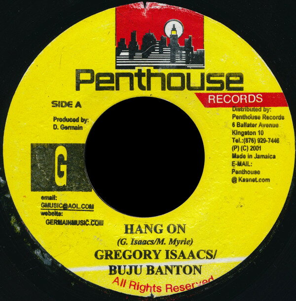 ・アーティスト Gregory Isaacs & Buju Banton ・タイトル Hang On ・レーベル・型番 Penthouse Records NONE ・フォーマット 7インチレコード ・コンディション(盤) 良い (VG+) ・コンディション(ジャケット) ・コンディション(帯) オビなし ・特記事項 サンプル画像です。実際の商品の画像ではありません 商品写真はバーコード/カタログ番号に対応したサンプル画像ですので、お送りする商品の画像ではありません。帯やライナーなどの付属品は、特記事項に記載されている場合のみ含まれます。プロモやカラーレコードなどの仕様についても、該当する場合のみ特記事項に記載しています。 【ご購入前に必ずご確認ください】 ・本店サイト(www.recordcity.jp)とは価格、送料が違います ・本店サイト、その他支店のオーダーとは同梱発送できません ・注文確定後に別の注文を頂いた場合、注文同士の同梱は致しかねます。 ・別倉庫から発送しているため、店頭受け渡しは対応しておりません ・一部商品は他の通販サイトでも販売しているため、ご注文のタイミングによっては商品のご用意ができない場合がございます。 ・土日祝日はお休みです 金曜・祝前日9時以降のご連絡またはご入金は、返答または発送が週明け・祝日明けに順次対応となります。 ・ご購入後のキャンセル不可 ご購入後のキャンセルはいかなる理由においてもお受けできません。ご了承の上、ご購入くださいませ。 ・日本郵便(ゆうパック/ゆうメール)によるお届けになります。 ・中古品であることをご理解ください 当ストアでは中古商品を主に販売しております。中古品であることをご理解の上ご購入ください。また、一部商品はRecordCityオンラインストアで試聴可能です。 ・返品について お客様のご都合による返品は一切承っておりません。 表記の内容と実際の商品に相違がある場合、また針飛び等で返品・返金をご希望される場合は、商品の到着後1週間以内にご連絡ください。商品の返送をこちらで確認後、キャンセル・返金を行います。 コンディションVG以下の商品は返品できません。プレイに影響のない表面のこすれ傷、プレス起因のノイズ盤は返品の対象外です。 【コンディション表記】 ・ほぼ新品(M-)(Like New) 完全な新品。未使用。当店ではほぼ使用しません ・非常に良い(EX)(Excellent) 中古盤として美品な状態。わずかな経年を感じるものの傷みを感じさせない、当店基準で最高の状態 ・良い(VG+)(Very Good Plus) 丁寧に扱われた中古品で、軽い使用感がみられる。 ・可(VG)(Acceptable) 使い込まれた中古品で、「良い」よりもさらに使用感がみられる。 ・悪い(VG-)(Bad) 状態が悪いアイテム。使用の保障はなく、再生不可、針飛び、目立つノイズがあるかもしれない。状態によるクレーム不可。返品不可。 ・非常に悪い(G)(Very Bad) 「悪い」よりさらに状態が悪いアイテム。使用の保障はなく、再生不可、針飛び、目立つノイズがあるかもしれない。状態によるクレーム不可。返品不可。 ・ジャンク(Fair)(Junk/Fair) 割れている、反っている、水ダメージがある、カビ、ジャケットが分離している、ひどい書き込み、ひどい擦れなど最低の状態。使用の保障はなく、再生不可、針飛び、目立つノイズがあるかもしれない。状態によるクレーム不可。返品不可。 ・ジャンク(Poor)(Junk/Poor) 割れている、反っている、水ダメージがある、カビ、ジャケットが分離している、ひどい書き込み、ひどい擦れなど最低の状態。使用の保障はなく、再生不可、針飛び、目立つノイズがあるかもしれない。状態によるクレーム不可。返品不可。