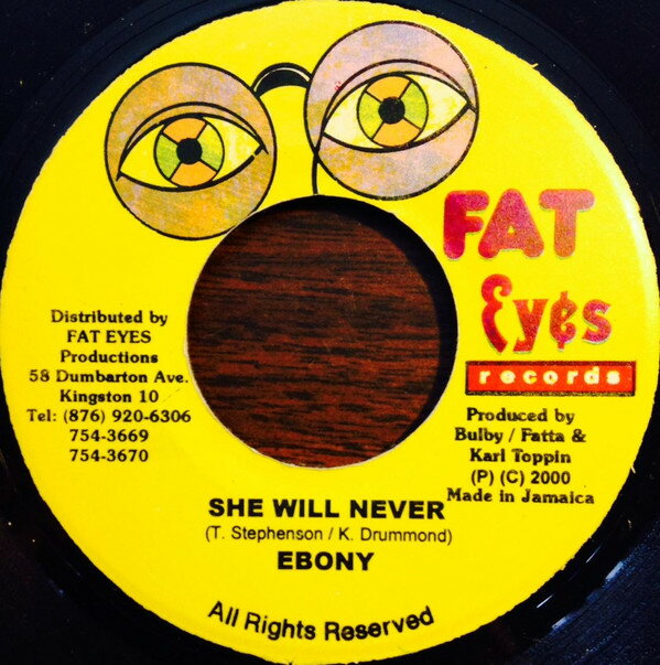 ・アーティスト Ebony ・タイトル She Will Never ・レーベル・型番 Fat Eyes Records NONE ・フォーマット 7インチレコード ・コンディション(盤) 良い (VG+) ・コンディション(ジャケット) ・コンディション(帯) オビなし ・特記事項 サンプル画像です。実際の商品の画像ではありません 商品写真はバーコード/カタログ番号に対応したサンプル画像ですので、お送りする商品の画像ではありません。帯やライナーなどの付属品は、特記事項に記載されている場合のみ含まれます。プロモやカラーレコードなどの仕様についても、該当する場合のみ特記事項に記載しています。 【ご購入前に必ずご確認ください】 ・本店サイト(www.recordcity.jp)とは価格、送料が違います ・本店サイト、その他支店のオーダーとは同梱発送できません ・注文確定後に別の注文を頂いた場合、注文同士の同梱は致しかねます。 ・別倉庫から発送しているため、店頭受け渡しは対応しておりません ・一部商品は他の通販サイトでも販売しているため、ご注文のタイミングによっては商品のご用意ができない場合がございます。 ・土日祝日はお休みです 金曜・祝前日9時以降のご連絡またはご入金は、返答または発送が週明け・祝日明けに順次対応となります。 ・ご購入後のキャンセル不可 ご購入後のキャンセルはいかなる理由においてもお受けできません。ご了承の上、ご購入くださいませ。 ・日本郵便(ゆうパック/ゆうメール)によるお届けになります。 ・中古品であることをご理解ください 当ストアでは中古商品を主に販売しております。中古品であることをご理解の上ご購入ください。また、一部商品はRecordCityオンラインストアで試聴可能です。 ・返品について お客様のご都合による返品は一切承っておりません。 表記の内容と実際の商品に相違がある場合、また針飛び等で返品・返金をご希望される場合は、商品の到着後1週間以内にご連絡ください。商品の返送をこちらで確認後、キャンセル・返金を行います。 コンディションVG以下の商品は返品できません。プレイに影響のない表面のこすれ傷、プレス起因のノイズ盤は返品の対象外です。 【コンディション表記】 ・ほぼ新品(M-)(Like New) 完全な新品。未使用。当店ではほぼ使用しません ・非常に良い(EX)(Excellent) 中古盤として美品な状態。わずかな経年を感じるものの傷みを感じさせない、当店基準で最高の状態 ・良い(VG+)(Very Good Plus) 丁寧に扱われた中古品で、軽い使用感がみられる。 ・可(VG)(Acceptable) 使い込まれた中古品で、「良い」よりもさらに使用感がみられる。 ・悪い(VG-)(Bad) 状態が悪いアイテム。使用の保障はなく、再生不可、針飛び、目立つノイズがあるかもしれない。状態によるクレーム不可。返品不可。 ・非常に悪い(G)(Very Bad) 「悪い」よりさらに状態が悪いアイテム。使用の保障はなく、再生不可、針飛び、目立つノイズがあるかもしれない。状態によるクレーム不可。返品不可。 ・ジャンク(Fair)(Junk/Fair) 割れている、反っている、水ダメージがある、カビ、ジャケットが分離している、ひどい書き込み、ひどい擦れなど最低の状態。使用の保障はなく、再生不可、針飛び、目立つノイズがあるかもしれない。状態によるクレーム不可。返品不可。 ・ジャンク(Poor)(Junk/Poor) 割れている、反っている、水ダメージがある、カビ、ジャケットが分離している、ひどい書き込み、ひどい擦れなど最低の状態。使用の保障はなく、再生不可、針飛び、目立つノイズがあるかもしれない。状態によるクレーム不可。返品不可。