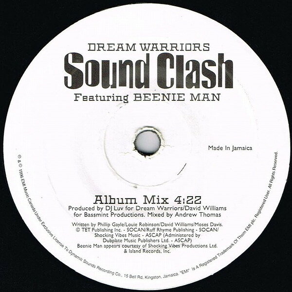 ・アーティスト Dream Warriors, Beenie Man ・タイトル Sound Clash ・レーベル・型番 EMI Music Canada NONE ・フォーマット 7インチレコード ・コンディション(盤) 良い (VG+) ・コンディション(ジャケット) ・コンディション(帯) オビなし ・特記事項 【盤にヘアライン】 サンプル画像です。実際の商品の画像ではありません 商品写真はバーコード/カタログ番号に対応したサンプル画像ですので、お送りする商品の画像ではありません。帯やライナーなどの付属品は、特記事項に記載されている場合のみ含まれます。プロモやカラーレコードなどの仕様についても、該当する場合のみ特記事項に記載しています。 【ご購入前に必ずご確認ください】 ・本店サイト(www.recordcity.jp)とは価格、送料が違います ・本店サイト、その他支店のオーダーとは同梱発送できません ・注文確定後に別の注文を頂いた場合、注文同士の同梱は致しかねます。 ・別倉庫から発送しているため、店頭受け渡しは対応しておりません ・一部商品は他の通販サイトでも販売しているため、ご注文のタイミングによっては商品のご用意ができない場合がございます。 ・土日祝日はお休みです 金曜・祝前日9時以降のご連絡またはご入金は、返答または発送が週明け・祝日明けに順次対応となります。 ・ご購入後のキャンセル不可 ご購入後のキャンセルはいかなる理由においてもお受けできません。ご了承の上、ご購入くださいませ。 ・日本郵便(ゆうパック/ゆうメール)によるお届けになります。 ・中古品であることをご理解ください 当ストアでは中古商品を主に販売しております。中古品であることをご理解の上ご購入ください。また、一部商品はRecordCityオンラインストアで試聴可能です。 ・返品について お客様のご都合による返品は一切承っておりません。 表記の内容と実際の商品に相違がある場合、また針飛び等で返品・返金をご希望される場合は、商品の到着後1週間以内にご連絡ください。商品の返送をこちらで確認後、キャンセル・返金を行います。 コンディションVG以下の商品は返品できません。プレイに影響のない表面のこすれ傷、プレス起因のノイズ盤は返品の対象外です。 【コンディション表記】 ・ほぼ新品(M-)(Like New) 完全な新品。未使用。当店ではほぼ使用しません ・非常に良い(EX)(Excellent) 中古盤として美品な状態。わずかな経年を感じるものの傷みを感じさせない、当店基準で最高の状態 ・良い(VG+)(Very Good Plus) 丁寧に扱われた中古品で、軽い使用感がみられる。 ・可(VG)(Acceptable) 使い込まれた中古品で、「良い」よりもさらに使用感がみられる。 ・悪い(VG-)(Bad) 状態が悪いアイテム。使用の保障はなく、再生不可、針飛び、目立つノイズがあるかもしれない。状態によるクレーム不可。返品不可。 ・非常に悪い(G)(Very Bad) 「悪い」よりさらに状態が悪いアイテム。使用の保障はなく、再生不可、針飛び、目立つノイズがあるかもしれない。状態によるクレーム不可。返品不可。 ・ジャンク(Fair)(Junk/Fair) 割れている、反っている、水ダメージがある、カビ、ジャケットが分離している、ひどい書き込み、ひどい擦れなど最低の状態。使用の保障はなく、再生不可、針飛び、目立つノイズがあるかもしれない。状態によるクレーム不可。返品不可。 ・ジャンク(Poor)(Junk/Poor) 割れている、反っている、水ダメージがある、カビ、ジャケットが分離している、ひどい書き込み、ひどい擦れなど最低の状態。使用の保障はなく、再生不可、針飛び、目立つノイズがあるかもしれない。状態によるクレーム不可。返品不可。