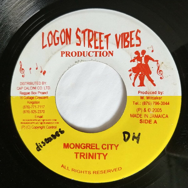 ・アーティスト Trinity ・タイトル Mongrel City ・レーベル・型番 Logon Street Vibes Production CSV010 ・フォーマット 7インチレコード ・コンディション(盤) 良い (VG+) ・コンディション(ジャケット) ・コンディション(帯) オビなし ・特記事項 【盤に短いヘアライン】【レーベルにシール付着】 サンプル画像です。実際の商品の画像ではありません 商品写真はバーコード/カタログ番号に対応したサンプル画像ですので、お送りする商品の画像ではありません。帯やライナーなどの付属品は、特記事項に記載されている場合のみ含まれます。プロモやカラーレコードなどの仕様についても、該当する場合のみ特記事項に記載しています。 【ご購入前に必ずご確認ください】 ・本店サイト(www.recordcity.jp)とは価格、送料が違います ・本店サイト、その他支店のオーダーとは同梱発送できません ・注文確定後に別の注文を頂いた場合、注文同士の同梱は致しかねます。 ・別倉庫から発送しているため、店頭受け渡しは対応しておりません ・一部商品は他の通販サイトでも販売しているため、ご注文のタイミングによっては商品のご用意ができない場合がございます。 ・土日祝日はお休みです 金曜・祝前日9時以降のご連絡またはご入金は、返答または発送が週明け・祝日明けに順次対応となります。 ・ご購入後のキャンセル不可 ご購入後のキャンセルはいかなる理由においてもお受けできません。ご了承の上、ご購入くださいませ。 ・日本郵便(ゆうパック/ゆうメール)によるお届けになります。 ・中古品であることをご理解ください 当ストアでは中古商品を主に販売しております。中古品であることをご理解の上ご購入ください。また、一部商品はRecordCityオンラインストアで試聴可能です。 ・返品について お客様のご都合による返品は一切承っておりません。 表記の内容と実際の商品に相違がある場合、また針飛び等で返品・返金をご希望される場合は、商品の到着後1週間以内にご連絡ください。商品の返送をこちらで確認後、キャンセル・返金を行います。 コンディションVG以下の商品は返品できません。プレイに影響のない表面のこすれ傷、プレス起因のノイズ盤は返品の対象外です。 【コンディション表記】 ・ほぼ新品(M-)(Like New) 完全な新品。未使用。当店ではほぼ使用しません ・非常に良い(EX)(Excellent) 中古盤として美品な状態。わずかな経年を感じるものの傷みを感じさせない、当店基準で最高の状態 ・良い(VG+)(Very Good Plus) 丁寧に扱われた中古品で、軽い使用感がみられる。 ・可(VG)(Acceptable) 使い込まれた中古品で、「良い」よりもさらに使用感がみられる。 ・悪い(VG-)(Bad) 状態が悪いアイテム。使用の保障はなく、再生不可、針飛び、目立つノイズがあるかもしれない。状態によるクレーム不可。返品不可。 ・非常に悪い(G)(Very Bad) 「悪い」よりさらに状態が悪いアイテム。使用の保障はなく、再生不可、針飛び、目立つノイズがあるかもしれない。状態によるクレーム不可。返品不可。 ・ジャンク(Fair)(Junk/Fair) 割れている、反っている、水ダメージがある、カビ、ジャケットが分離している、ひどい書き込み、ひどい擦れなど最低の状態。使用の保障はなく、再生不可、針飛び、目立つノイズがあるかもしれない。状態によるクレーム不可。返品不可。 ・ジャンク(Poor)(Junk/Poor) 割れている、反っている、水ダメージがある、カビ、ジャケットが分離している、ひどい書き込み、ひどい擦れなど最低の状態。使用の保障はなく、再生不可、針飛び、目立つノイズがあるかもしれない。状態によるクレーム不可。返品不可。