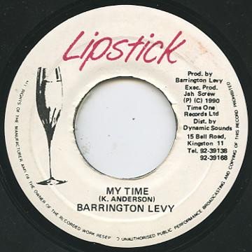 ・アーティスト Barrington Levy ・タイトル My Time ・レーベル・型番 Lipstick (3) NONE ・フォーマット 7インチレコード ・コンディション(盤) 可 (VG) ・コンディション(ジャケット) プレインカバー（元ジャケット／カバー無し） ・コンディション(帯) オビなし ・特記事項 【盤に目立った跡】【盤に目立ったキズ】 サンプル画像です。実際の商品の画像ではありません 商品写真はバーコード/カタログ番号に対応したサンプル画像ですので、お送りする商品の画像ではありません。帯やライナーなどの付属品は、特記事項に記載されている場合のみ含まれます。プロモやカラーレコードなどの仕様についても、該当する場合のみ特記事項に記載しています。 【ご購入前に必ずご確認ください】 ・本店サイト(www.recordcity.jp)とは価格、送料が違います ・本店サイト、その他支店のオーダーとは同梱発送できません ・注文確定後に別の注文を頂いた場合、注文同士の同梱は致しかねます。 ・別倉庫から発送しているため、店頭受け渡しは対応しておりません ・一部商品は他の通販サイトでも販売しているため、ご注文のタイミングによっては商品のご用意ができない場合がございます。 ・土日祝日はお休みです 金曜・祝前日9時以降のご連絡またはご入金は、返答または発送が週明け・祝日明けに順次対応となります。 ・ご購入後のキャンセル不可 ご購入後のキャンセルはいかなる理由においてもお受けできません。ご了承の上、ご購入くださいませ。 ・日本郵便(ゆうパック/ゆうメール)によるお届けになります。 ・中古品であることをご理解ください 当ストアでは中古商品を主に販売しております。中古品であることをご理解の上ご購入ください。また、一部商品はRecordCityオンラインストアで試聴可能です。 ・返品について お客様のご都合による返品は一切承っておりません。 表記の内容と実際の商品に相違がある場合、また針飛び等で返品・返金をご希望される場合は、商品の到着後1週間以内にご連絡ください。商品の返送をこちらで確認後、キャンセル・返金を行います。 コンディションVG以下の商品は返品できません。プレイに影響のない表面のこすれ傷、プレス起因のノイズ盤は返品の対象外です。 【コンディション表記】 ・ほぼ新品(M-)(Like New) 完全な新品。未使用。当店ではほぼ使用しません ・非常に良い(EX)(Excellent) 中古盤として美品な状態。わずかな経年を感じるものの傷みを感じさせない、当店基準で最高の状態 ・良い(VG+)(Very Good Plus) 丁寧に扱われた中古品で、軽い使用感がみられる。 ・可(VG)(Acceptable) 使い込まれた中古品で、「良い」よりもさらに使用感がみられる。 ・悪い(VG-)(Bad) 状態が悪いアイテム。使用の保障はなく、再生不可、針飛び、目立つノイズがあるかもしれない。状態によるクレーム不可。返品不可。 ・非常に悪い(G)(Very Bad) 「悪い」よりさらに状態が悪いアイテム。使用の保障はなく、再生不可、針飛び、目立つノイズがあるかもしれない。状態によるクレーム不可。返品不可。 ・ジャンク(Fair)(Junk/Fair) 割れている、反っている、水ダメージがある、カビ、ジャケットが分離している、ひどい書き込み、ひどい擦れなど最低の状態。使用の保障はなく、再生不可、針飛び、目立つノイズがあるかもしれない。状態によるクレーム不可。返品不可。 ・ジャンク(Poor)(Junk/Poor) 割れている、反っている、水ダメージがある、カビ、ジャケットが分離している、ひどい書き込み、ひどい擦れなど最低の状態。使用の保障はなく、再生不可、針飛び、目立つノイズがあるかもしれない。状態によるクレーム不可。返品不可。