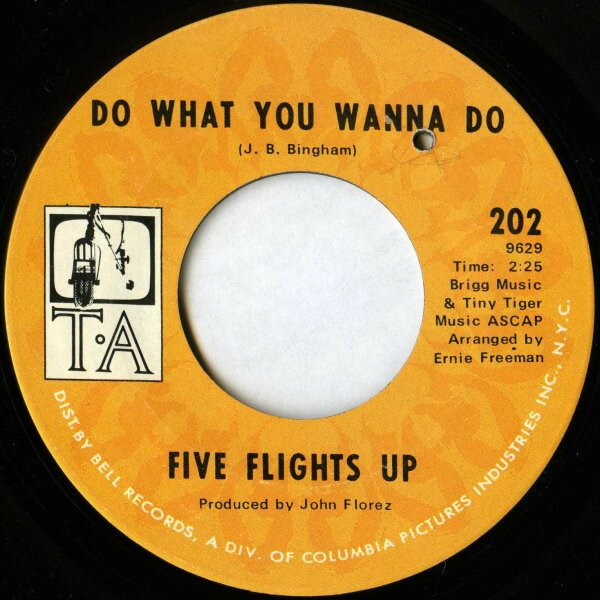 ・アーティスト Five Flights Up ・タイトル Do What You Wanna Do / Black Cat ・レーベル・型番 T-A 202 ・フォーマット 7インチレコード ・コンディション(盤) 良い (VG+) ・コンディション(ジャケット) プレインカバー（元ジャケット／カバー無し） ・コンディション(帯) オビなし ・特記事項 【レーベルにカットアウト穴】 サンプル画像です。実際の商品の画像ではありません 商品写真はバーコード/カタログ番号に対応したサンプル画像ですので、お送りする商品の画像ではありません。帯やライナーなどの付属品は、特記事項に記載されている場合のみ含まれます。プロモやカラーレコードなどの仕様についても、該当する場合のみ特記事項に記載しています。 【ご購入前に必ずご確認ください】 ・本店サイト(www.recordcity.jp)とは価格、送料が違います ・本店サイト、その他支店のオーダーとは同梱発送できません ・注文確定後に別の注文を頂いた場合、注文同士の同梱は致しかねます。 ・別倉庫から発送しているため、店頭受け渡しは対応しておりません ・一部商品は他の通販サイトでも販売しているため、ご注文のタイミングによっては商品のご用意ができない場合がございます。 ・土日祝日はお休みです 金曜・祝前日9時以降のご連絡またはご入金は、返答または発送が週明け・祝日明けに順次対応となります。 ・ご購入後のキャンセル不可 ご購入後のキャンセルはいかなる理由においてもお受けできません。ご了承の上、ご購入くださいませ。 ・日本郵便(ゆうパック/ゆうメール)によるお届けになります。 ・中古品であることをご理解ください 当ストアでは中古商品を主に販売しております。中古品であることをご理解の上ご購入ください。また、一部商品はRecordCityオンラインストアで試聴可能です。 ・返品について お客様のご都合による返品は一切承っておりません。 表記の内容と実際の商品に相違がある場合、また針飛び等で返品・返金をご希望される場合は、商品の到着後1週間以内にご連絡ください。商品の返送をこちらで確認後、キャンセル・返金を行います。 コンディションVG以下の商品は返品できません。プレイに影響のない表面のこすれ傷、プレス起因のノイズ盤は返品の対象外です。 【コンディション表記】 ・ほぼ新品(M-)(Like New) 完全な新品。未使用。当店ではほぼ使用しません ・非常に良い(EX)(Excellent) 中古盤として美品な状態。わずかな経年を感じるものの傷みを感じさせない、当店基準で最高の状態 ・良い(VG+)(Very Good Plus) 丁寧に扱われた中古品で、軽い使用感がみられる。 ・可(VG)(Acceptable) 使い込まれた中古品で、「良い」よりもさらに使用感がみられる。 ・悪い(VG-)(Bad) 状態が悪いアイテム。使用の保障はなく、再生不可、針飛び、目立つノイズがあるかもしれない。状態によるクレーム不可。返品不可。 ・非常に悪い(G)(Very Bad) 「悪い」よりさらに状態が悪いアイテム。使用の保障はなく、再生不可、針飛び、目立つノイズがあるかもしれない。状態によるクレーム不可。返品不可。 ・ジャンク(Fair)(Junk/Fair) 割れている、反っている、水ダメージがある、カビ、ジャケットが分離している、ひどい書き込み、ひどい擦れなど最低の状態。使用の保障はなく、再生不可、針飛び、目立つノイズがあるかもしれない。状態によるクレーム不可。返品不可。 ・ジャンク(Poor)(Junk/Poor) 割れている、反っている、水ダメージがある、カビ、ジャケットが分離している、ひどい書き込み、ひどい擦れなど最低の状態。使用の保障はなく、再生不可、針飛び、目立つノイズがあるかもしれない。状態によるクレーム不可。返品不可。