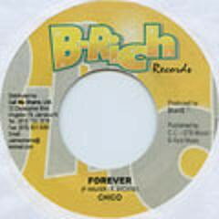 ・アーティスト Chico ・タイトル Forever ・レーベル・型番 B-Rich Records NONE ・フォーマット 7インチレコード ・コンディション(盤) 良い (VG+) ・コンディション(ジャケット) ・コンディション(帯) オビなし ・特記事項 サンプル画像です。実際の商品の画像ではありません 商品写真はバーコード/カタログ番号に対応したサンプル画像ですので、お送りする商品の画像ではありません。帯やライナーなどの付属品は、特記事項に記載されている場合のみ含まれます。プロモやカラーレコードなどの仕様についても、該当する場合のみ特記事項に記載しています。 【ご購入前に必ずご確認ください】 ・本店サイト(www.recordcity.jp)とは価格、送料が違います ・本店サイト、その他支店のオーダーとは同梱発送できません ・注文確定後に別の注文を頂いた場合、注文同士の同梱は致しかねます。 ・別倉庫から発送しているため、店頭受け渡しは対応しておりません ・一部商品は他の通販サイトでも販売しているため、ご注文のタイミングによっては商品のご用意ができない場合がございます。 ・土日祝日はお休みです 金曜・祝前日9時以降のご連絡またはご入金は、返答または発送が週明け・祝日明けに順次対応となります。 ・ご購入後のキャンセル不可 ご購入後のキャンセルはいかなる理由においてもお受けできません。ご了承の上、ご購入くださいませ。 ・日本郵便(ゆうパック/ゆうメール)によるお届けになります。 ・中古品であることをご理解ください 当ストアでは中古商品を主に販売しております。中古品であることをご理解の上ご購入ください。また、一部商品はRecordCityオンラインストアで試聴可能です。 ・返品について お客様のご都合による返品は一切承っておりません。 表記の内容と実際の商品に相違がある場合、また針飛び等で返品・返金をご希望される場合は、商品の到着後1週間以内にご連絡ください。商品の返送をこちらで確認後、キャンセル・返金を行います。 コンディションVG以下の商品は返品できません。プレイに影響のない表面のこすれ傷、プレス起因のノイズ盤は返品の対象外です。 【コンディション表記】 ・ほぼ新品(M-)(Like New) 完全な新品。未使用。当店ではほぼ使用しません ・非常に良い(EX)(Excellent) 中古盤として美品な状態。わずかな経年を感じるものの傷みを感じさせない、当店基準で最高の状態 ・良い(VG+)(Very Good Plus) 丁寧に扱われた中古品で、軽い使用感がみられる。 ・可(VG)(Acceptable) 使い込まれた中古品で、「良い」よりもさらに使用感がみられる。 ・悪い(VG-)(Bad) 状態が悪いアイテム。使用の保障はなく、再生不可、針飛び、目立つノイズがあるかもしれない。状態によるクレーム不可。返品不可。 ・非常に悪い(G)(Very Bad) 「悪い」よりさらに状態が悪いアイテム。使用の保障はなく、再生不可、針飛び、目立つノイズがあるかもしれない。状態によるクレーム不可。返品不可。 ・ジャンク(Fair)(Junk/Fair) 割れている、反っている、水ダメージがある、カビ、ジャケットが分離している、ひどい書き込み、ひどい擦れなど最低の状態。使用の保障はなく、再生不可、針飛び、目立つノイズがあるかもしれない。状態によるクレーム不可。返品不可。 ・ジャンク(Poor)(Junk/Poor) 割れている、反っている、水ダメージがある、カビ、ジャケットが分離している、ひどい書き込み、ひどい擦れなど最低の状態。使用の保障はなく、再生不可、針飛び、目立つノイズがあるかもしれない。状態によるクレーム不可。返品不可。