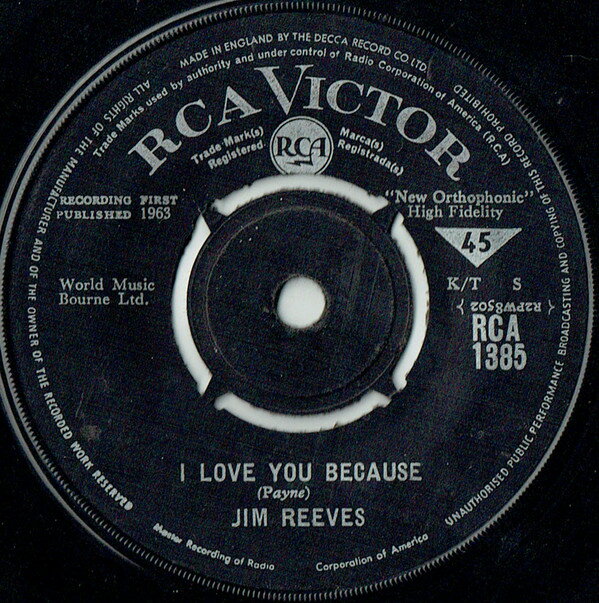 ・アーティスト Jim Reeves ・タイトル I Love You Because ・レーベル・型番 RCA Victor RCA1385 ・フォーマット 7インチレコード ・コンディション(盤) 可 (VG) ・コンディション(ジャケット) ・コンディション(帯) オビなし ・特記事項 【盤に目立った跡】 サンプル画像です。実際の商品の画像ではありません 商品写真はバーコード/カタログ番号に対応したサンプル画像ですので、お送りする商品の画像ではありません。帯やライナーなどの付属品は、特記事項に記載されている場合のみ含まれます。プロモやカラーレコードなどの仕様についても、該当する場合のみ特記事項に記載しています。 【ご購入前に必ずご確認ください】 ・本店サイト(www.recordcity.jp)とは価格、送料が違います ・本店サイト、その他支店のオーダーとは同梱発送できません ・注文確定後に別の注文を頂いた場合、注文同士の同梱は致しかねます。 ・別倉庫から発送しているため、店頭受け渡しは対応しておりません ・一部商品は他の通販サイトでも販売しているため、ご注文のタイミングによっては商品のご用意ができない場合がございます。 ・土日祝日はお休みです 金曜・祝前日9時以降のご連絡またはご入金は、返答または発送が週明け・祝日明けに順次対応となります。 ・ご購入後のキャンセル不可 ご購入後のキャンセルはいかなる理由においてもお受けできません。ご了承の上、ご購入くださいませ。 ・日本郵便(ゆうパック/ゆうメール)によるお届けになります。 ・中古品であることをご理解ください 当ストアでは中古商品を主に販売しております。中古品であることをご理解の上ご購入ください。また、一部商品はRecordCityオンラインストアで試聴可能です。 ・返品について お客様のご都合による返品は一切承っておりません。 表記の内容と実際の商品に相違がある場合、また針飛び等で返品・返金をご希望される場合は、商品の到着後1週間以内にご連絡ください。商品の返送をこちらで確認後、キャンセル・返金を行います。 コンディションVG以下の商品は返品できません。プレイに影響のない表面のこすれ傷、プレス起因のノイズ盤は返品の対象外です。 【コンディション表記】 ・ほぼ新品(M-)(Like New) 完全な新品。未使用。当店ではほぼ使用しません ・非常に良い(EX)(Excellent) 中古盤として美品な状態。わずかな経年を感じるものの傷みを感じさせない、当店基準で最高の状態 ・良い(VG+)(Very Good Plus) 丁寧に扱われた中古品で、軽い使用感がみられる。 ・可(VG)(Acceptable) 使い込まれた中古品で、「良い」よりもさらに使用感がみられる。 ・悪い(VG-)(Bad) 状態が悪いアイテム。使用の保障はなく、再生不可、針飛び、目立つノイズがあるかもしれない。状態によるクレーム不可。返品不可。 ・非常に悪い(G)(Very Bad) 「悪い」よりさらに状態が悪いアイテム。使用の保障はなく、再生不可、針飛び、目立つノイズがあるかもしれない。状態によるクレーム不可。返品不可。 ・ジャンク(Fair)(Junk/Fair) 割れている、反っている、水ダメージがある、カビ、ジャケットが分離している、ひどい書き込み、ひどい擦れなど最低の状態。使用の保障はなく、再生不可、針飛び、目立つノイズがあるかもしれない。状態によるクレーム不可。返品不可。 ・ジャンク(Poor)(Junk/Poor) 割れている、反っている、水ダメージがある、カビ、ジャケットが分離している、ひどい書き込み、ひどい擦れなど最低の状態。使用の保障はなく、再生不可、針飛び、目立つノイズがあるかもしれない。状態によるクレーム不可。返品不可。