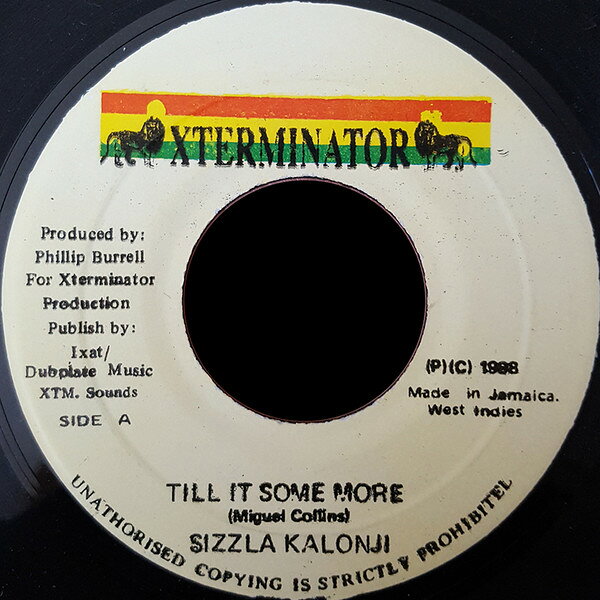 ・アーティスト Sizzla ・タイトル Till It Some More ・レーベル・型番 XTerminator NONE ・フォーマット 7インチレコード ・コンディション(盤) 良い (VG+) ・コンディション(ジャケット) ・コンディション(帯) オビなし ・特記事項 サンプル画像です。実際の商品の画像ではありません 商品写真はバーコード/カタログ番号に対応したサンプル画像ですので、お送りする商品の画像ではありません。帯やライナーなどの付属品は、特記事項に記載されている場合のみ含まれます。プロモやカラーレコードなどの仕様についても、該当する場合のみ特記事項に記載しています。 【ご購入前に必ずご確認ください】 ・本店サイト(www.recordcity.jp)とは価格、送料が違います ・本店サイト、その他支店のオーダーとは同梱発送できません ・注文確定後に別の注文を頂いた場合、注文同士の同梱は致しかねます。 ・別倉庫から発送しているため、店頭受け渡しは対応しておりません ・一部商品は他の通販サイトでも販売しているため、ご注文のタイミングによっては商品のご用意ができない場合がございます。 ・土日祝日はお休みです 金曜・祝前日9時以降のご連絡またはご入金は、返答または発送が週明け・祝日明けに順次対応となります。 ・ご購入後のキャンセル不可 ご購入後のキャンセルはいかなる理由においてもお受けできません。ご了承の上、ご購入くださいませ。 ・日本郵便(ゆうパック/ゆうメール)によるお届けになります。 ・中古品であることをご理解ください 当ストアでは中古商品を主に販売しております。中古品であることをご理解の上ご購入ください。また、一部商品はRecordCityオンラインストアで試聴可能です。 ・返品について お客様のご都合による返品は一切承っておりません。 表記の内容と実際の商品に相違がある場合、また針飛び等で返品・返金をご希望される場合は、商品の到着後1週間以内にご連絡ください。商品の返送をこちらで確認後、キャンセル・返金を行います。 コンディションVG以下の商品は返品できません。プレイに影響のない表面のこすれ傷、プレス起因のノイズ盤は返品の対象外です。 【コンディション表記】 ・ほぼ新品(M-)(Like New) 完全な新品。未使用。当店ではほぼ使用しません ・非常に良い(EX)(Excellent) 中古盤として美品な状態。わずかな経年を感じるものの傷みを感じさせない、当店基準で最高の状態 ・良い(VG+)(Very Good Plus) 丁寧に扱われた中古品で、軽い使用感がみられる。 ・可(VG)(Acceptable) 使い込まれた中古品で、「良い」よりもさらに使用感がみられる。 ・悪い(VG-)(Bad) 状態が悪いアイテム。使用の保障はなく、再生不可、針飛び、目立つノイズがあるかもしれない。状態によるクレーム不可。返品不可。 ・非常に悪い(G)(Very Bad) 「悪い」よりさらに状態が悪いアイテム。使用の保障はなく、再生不可、針飛び、目立つノイズがあるかもしれない。状態によるクレーム不可。返品不可。 ・ジャンク(Fair)(Junk/Fair) 割れている、反っている、水ダメージがある、カビ、ジャケットが分離している、ひどい書き込み、ひどい擦れなど最低の状態。使用の保障はなく、再生不可、針飛び、目立つノイズがあるかもしれない。状態によるクレーム不可。返品不可。 ・ジャンク(Poor)(Junk/Poor) 割れている、反っている、水ダメージがある、カビ、ジャケットが分離している、ひどい書き込み、ひどい擦れなど最低の状態。使用の保障はなく、再生不可、針飛び、目立つノイズがあるかもしれない。状態によるクレーム不可。返品不可。