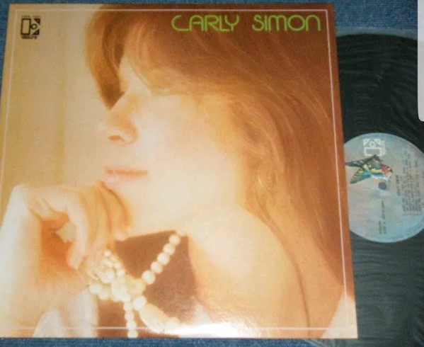 ・アーティスト Carly Simon ・タイトル Carly Simon ・レーベル・型番 ELEKTRA FCPA1044 ・フォーマット LPレコード ・コンディション(盤) 良い (VG+) ・コンディション(ジャケット) 良い (VG+) ・コンディション(帯) オビなし ・特記事項 【ライナー付き】 サンプル画像です。実際の商品の画像ではありません 商品写真はバーコード/カタログ番号に対応したサンプル画像ですので、お送りする商品の画像ではありません。帯やライナーなどの付属品は、特記事項に記載されている場合のみ含まれます。プロモやカラーレコードなどの仕様についても、該当する場合のみ特記事項に記載しています。 【ご購入前に必ずご確認ください】 ・本店サイト(www.recordcity.jp)とは価格、送料が違います ・本店サイト、その他支店のオーダーとは同梱発送できません ・注文確定後に別の注文を頂いた場合、注文同士の同梱は致しかねます。 ・別倉庫から発送しているため、店頭受け渡しは対応しておりません ・一部商品は他の通販サイトでも販売しているため、ご注文のタイミングによっては商品のご用意ができない場合がございます。 ・土日祝日はお休みです 金曜・祝前日9時以降のご連絡またはご入金は、返答または発送が週明け・祝日明けに順次対応となります。 ・ご購入後のキャンセル不可 ご購入後のキャンセルはいかなる理由においてもお受けできません。ご了承の上、ご購入くださいませ。 ・日本郵便(ゆうパック/ゆうメール)によるお届けになります。 ・中古品であることをご理解ください 当ストアでは中古商品を主に販売しております。中古品であることをご理解の上ご購入ください。また、一部商品はRecordCityオンラインストアで試聴可能です。 ・返品について お客様のご都合による返品は一切承っておりません。 表記の内容と実際の商品に相違がある場合、また針飛び等で返品・返金をご希望される場合は、商品の到着後1週間以内にご連絡ください。商品の返送をこちらで確認後、キャンセル・返金を行います。 コンディションVG以下の商品は返品できません。プレイに影響のない表面のこすれ傷、プレス起因のノイズ盤は返品の対象外です。 【コンディション表記】 ・ほぼ新品(M-)(Like New) 完全な新品。未使用。当店ではほぼ使用しません ・非常に良い(EX)(Excellent) 中古盤として美品な状態。わずかな経年を感じるものの傷みを感じさせない、当店基準で最高の状態 ・良い(VG+)(Very Good Plus) 丁寧に扱われた中古品で、軽い使用感がみられる。 ・可(VG)(Acceptable) 使い込まれた中古品で、「良い」よりもさらに使用感がみられる。 ・悪い(VG-)(Bad) 状態が悪いアイテム。使用の保障はなく、再生不可、針飛び、目立つノイズがあるかもしれない。状態によるクレーム不可。返品不可。 ・非常に悪い(G)(Very Bad) 「悪い」よりさらに状態が悪いアイテム。使用の保障はなく、再生不可、針飛び、目立つノイズがあるかもしれない。状態によるクレーム不可。返品不可。 ・ジャンク(Fair)(Junk/Fair) 割れている、反っている、水ダメージがある、カビ、ジャケットが分離している、ひどい書き込み、ひどい擦れなど最低の状態。使用の保障はなく、再生不可、針飛び、目立つノイズがあるかもしれない。状態によるクレーム不可。返品不可。 ・ジャンク(Poor)(Junk/Poor) 割れている、反っている、水ダメージがある、カビ、ジャケットが分離している、ひどい書き込み、ひどい擦れなど最低の状態。使用の保障はなく、再生不可、針飛び、目立つノイズがあるかもしれない。状態によるクレーム不可。返品不可。