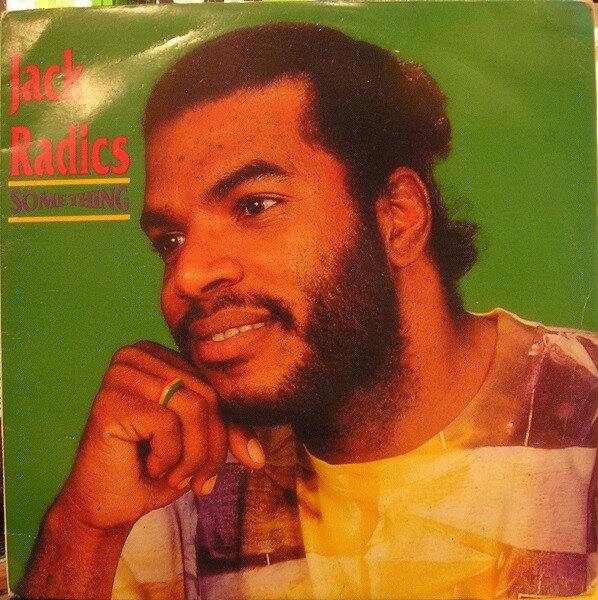 ・アーティスト Jack Radics ・タイトル Something ・レーベル・型番 VP US VPLP1259 ・フォーマット LPレコード ・コンディション(盤) 新品 (M) ・コンディション(ジャケット) ・コンディション(帯) オビなし ・特記事項 サンプル画像です。実際の商品の画像ではありません 商品写真はバーコード/カタログ番号に対応したサンプル画像ですので、お送りする商品の画像ではありません。帯やライナーなどの付属品は、特記事項に記載されている場合のみ含まれます。プロモやカラーレコードなどの仕様についても、該当する場合のみ特記事項に記載しています。 【ご購入前に必ずご確認ください】 ・本店サイト(www.recordcity.jp)とは価格、送料が違います ・本店サイト、その他支店のオーダーとは同梱発送できません ・注文確定後に別の注文を頂いた場合、注文同士の同梱は致しかねます。 ・別倉庫から発送しているため、店頭受け渡しは対応しておりません ・一部商品は他の通販サイトでも販売しているため、ご注文のタイミングによっては商品のご用意ができない場合がございます。 ・土日祝日はお休みです 金曜・祝前日9時以降のご連絡またはご入金は、返答または発送が週明け・祝日明けに順次対応となります。 ・ご購入後のキャンセル不可 ご購入後のキャンセルはいかなる理由においてもお受けできません。ご了承の上、ご購入くださいませ。 ・日本郵便(ゆうパック/ゆうメール)によるお届けになります。 ・中古品であることをご理解ください 当ストアでは中古商品を主に販売しております。中古品であることをご理解の上ご購入ください。また、一部商品はRecordCityオンラインストアで試聴可能です。 ・返品について お客様のご都合による返品は一切承っておりません。 表記の内容と実際の商品に相違がある場合、また針飛び等で返品・返金をご希望される場合は、商品の到着後1週間以内にご連絡ください。商品の返送をこちらで確認後、キャンセル・返金を行います。 コンディションVG以下の商品は返品できません。プレイに影響のない表面のこすれ傷、プレス起因のノイズ盤は返品の対象外です。 【コンディション表記】 ・ほぼ新品(M-)(Like New) 完全な新品。未使用。当店ではほぼ使用しません ・非常に良い(EX)(Excellent) 中古盤として美品な状態。わずかな経年を感じるものの傷みを感じさせない、当店基準で最高の状態 ・良い(VG+)(Very Good Plus) 丁寧に扱われた中古品で、軽い使用感がみられる。 ・可(VG)(Acceptable) 使い込まれた中古品で、「良い」よりもさらに使用感がみられる。 ・悪い(VG-)(Bad) 状態が悪いアイテム。使用の保障はなく、再生不可、針飛び、目立つノイズがあるかもしれない。状態によるクレーム不可。返品不可。 ・非常に悪い(G)(Very Bad) 「悪い」よりさらに状態が悪いアイテム。使用の保障はなく、再生不可、針飛び、目立つノイズがあるかもしれない。状態によるクレーム不可。返品不可。 ・ジャンク(Fair)(Junk/Fair) 割れている、反っている、水ダメージがある、カビ、ジャケットが分離している、ひどい書き込み、ひどい擦れなど最低の状態。使用の保障はなく、再生不可、針飛び、目立つノイズがあるかもしれない。状態によるクレーム不可。返品不可。 ・ジャンク(Poor)(Junk/Poor) 割れている、反っている、水ダメージがある、カビ、ジャケットが分離している、ひどい書き込み、ひどい擦れなど最低の状態。使用の保障はなく、再生不可、針飛び、目立つノイズがあるかもしれない。状態によるクレーム不可。返品不可。