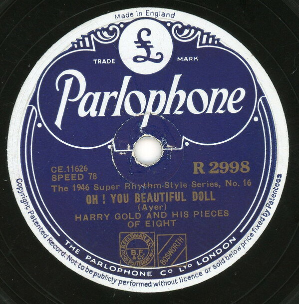 ・アーティスト Harry Gold & His Pieces Of Eight ・タイトル Kentucky / Oh You Beautiful Doll ・レーベル・型番 PARLOPHONE R2998 ・フォーマット 78回転SP盤レコード ・コンディション(盤) 良い (VG+) ・コンディション(ジャケット) 良い (VG+) ・コンディション(帯) オビなし ・特記事項 【※再生コンディションによる返品不可】 サンプル画像です。実際の商品の画像ではありません 商品写真はバーコード/カタログ番号に対応したサンプル画像ですので、お送りする商品の画像ではありません。帯やライナーなどの付属品は、特記事項に記載されている場合のみ含まれます。プロモやカラーレコードなどの仕様についても、該当する場合のみ特記事項に記載しています。 【ご購入前に必ずご確認ください】 ・本店サイト(www.recordcity.jp)とは価格、送料が違います ・本店サイト、その他支店のオーダーとは同梱発送できません ・注文確定後に別の注文を頂いた場合、注文同士の同梱は致しかねます。 ・別倉庫から発送しているため、店頭受け渡しは対応しておりません ・一部商品は他の通販サイトでも販売しているため、ご注文のタイミングによっては商品のご用意ができない場合がございます。 ・土日祝日はお休みです 金曜・祝前日9時以降のご連絡またはご入金は、返答または発送が週明け・祝日明けに順次対応となります。 ・ご購入後のキャンセル不可 ご購入後のキャンセルはいかなる理由においてもお受けできません。ご了承の上、ご購入くださいませ。 ・日本郵便(ゆうパック/ゆうメール)によるお届けになります。 ・中古品であることをご理解ください 当ストアでは中古商品を主に販売しております。中古品であることをご理解の上ご購入ください。また、一部商品はRecordCityオンラインストアで試聴可能です。 ・返品について お客様のご都合による返品は一切承っておりません。 表記の内容と実際の商品に相違がある場合、また針飛び等で返品・返金をご希望される場合は、商品の到着後1週間以内にご連絡ください。商品の返送をこちらで確認後、キャンセル・返金を行います。 コンディションVG以下の商品は返品できません。プレイに影響のない表面のこすれ傷、プレス起因のノイズ盤は返品の対象外です。 【コンディション表記】 ・ほぼ新品(M-)(Like New) 完全な新品。未使用。当店ではほぼ使用しません ・非常に良い(EX)(Excellent) 中古盤として美品な状態。わずかな経年を感じるものの傷みを感じさせない、当店基準で最高の状態 ・良い(VG+)(Very Good Plus) 丁寧に扱われた中古品で、軽い使用感がみられる。 ・可(VG)(Acceptable) 使い込まれた中古品で、「良い」よりもさらに使用感がみられる。 ・悪い(VG-)(Bad) 状態が悪いアイテム。使用の保障はなく、再生不可、針飛び、目立つノイズがあるかもしれない。状態によるクレーム不可。返品不可。 ・非常に悪い(G)(Very Bad) 「悪い」よりさらに状態が悪いアイテム。使用の保障はなく、再生不可、針飛び、目立つノイズがあるかもしれない。状態によるクレーム不可。返品不可。 ・ジャンク(Fair)(Junk/Fair) 割れている、反っている、水ダメージがある、カビ、ジャケットが分離している、ひどい書き込み、ひどい擦れなど最低の状態。使用の保障はなく、再生不可、針飛び、目立つノイズがあるかもしれない。状態によるクレーム不可。返品不可。 ・ジャンク(Poor)(Junk/Poor) 割れている、反っている、水ダメージがある、カビ、ジャケットが分離している、ひどい書き込み、ひどい擦れなど最低の状態。使用の保障はなく、再生不可、針飛び、目立つノイズがあるかもしれない。状態によるクレーム不可。返品不可。