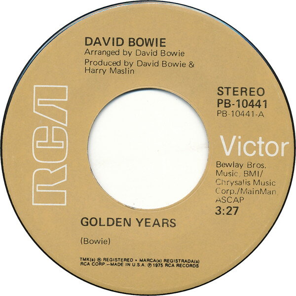 ・アーティスト David Bowie ・タイトル Golden Years ・レーベル・型番 RCA Victor PB10441 ・フォーマット 7インチレコード ・コンディション(盤) 良い (VG+) ・コンディション(ジャケット) プレインカバー（元ジャケット／カバー無し） ・コンディション(帯) オビなし ・特記事項 【レーベルに書き込み】【盤汚れ】 サンプル画像です。実際の商品の画像ではありません 商品写真はバーコード/カタログ番号に対応したサンプル画像ですので、お送りする商品の画像ではありません。帯やライナーなどの付属品は、特記事項に記載されている場合のみ含まれます。プロモやカラーレコードなどの仕様についても、該当する場合のみ特記事項に記載しています。 【ご購入前に必ずご確認ください】 ・本店サイト(www.recordcity.jp)とは価格、送料が違います ・本店サイト、その他支店のオーダーとは同梱発送できません ・注文確定後に別の注文を頂いた場合、注文同士の同梱は致しかねます。 ・別倉庫から発送しているため、店頭受け渡しは対応しておりません ・一部商品は他の通販サイトでも販売しているため、ご注文のタイミングによっては商品のご用意ができない場合がございます。 ・土日祝日はお休みです 金曜・祝前日9時以降のご連絡またはご入金は、返答または発送が週明け・祝日明けに順次対応となります。 ・ご購入後のキャンセル不可 ご購入後のキャンセルはいかなる理由においてもお受けできません。ご了承の上、ご購入くださいませ。 ・日本郵便(ゆうパック/ゆうメール)によるお届けになります。 ・中古品であることをご理解ください 当ストアでは中古商品を主に販売しております。中古品であることをご理解の上ご購入ください。また、一部商品はRecordCityオンラインストアで試聴可能です。 ・返品について お客様のご都合による返品は一切承っておりません。 表記の内容と実際の商品に相違がある場合、また針飛び等で返品・返金をご希望される場合は、商品の到着後1週間以内にご連絡ください。商品の返送をこちらで確認後、キャンセル・返金を行います。 コンディションVG以下の商品は返品できません。プレイに影響のない表面のこすれ傷、プレス起因のノイズ盤は返品の対象外です。 【コンディション表記】 ・ほぼ新品(M-)(Like New) 完全な新品。未使用。当店ではほぼ使用しません ・非常に良い(EX)(Excellent) 中古盤として美品な状態。わずかな経年を感じるものの傷みを感じさせない、当店基準で最高の状態 ・良い(VG+)(Very Good Plus) 丁寧に扱われた中古品で、軽い使用感がみられる。 ・可(VG)(Acceptable) 使い込まれた中古品で、「良い」よりもさらに使用感がみられる。 ・悪い(VG-)(Bad) 状態が悪いアイテム。使用の保障はなく、再生不可、針飛び、目立つノイズがあるかもしれない。状態によるクレーム不可。返品不可。 ・非常に悪い(G)(Very Bad) 「悪い」よりさらに状態が悪いアイテム。使用の保障はなく、再生不可、針飛び、目立つノイズがあるかもしれない。状態によるクレーム不可。返品不可。 ・ジャンク(Fair)(Junk/Fair) 割れている、反っている、水ダメージがある、カビ、ジャケットが分離している、ひどい書き込み、ひどい擦れなど最低の状態。使用の保障はなく、再生不可、針飛び、目立つノイズがあるかもしれない。状態によるクレーム不可。返品不可。 ・ジャンク(Poor)(Junk/Poor) 割れている、反っている、水ダメージがある、カビ、ジャケットが分離している、ひどい書き込み、ひどい擦れなど最低の状態。使用の保障はなく、再生不可、針飛び、目立つノイズがあるかもしれない。状態によるクレーム不可。返品不可。