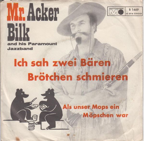 ・アーティスト Acker Bilk & His Paramount Jazz Band ・タイトル Ich Sah Zwei Baren Brotchen Schmieren / Als Unser Mops Ein Mopschen War ・レーベル・型番 METRONOME B1469 ・フォーマット 7インチレコード(CDではありません) ・コンディション(盤) 良い (VG+) ・コンディション(ジャケット) 良い (VG+) ・コンディション(帯) オビなし ・特記事項 サンプル画像です。実際の商品の画像ではありません 商品写真はバーコード/カタログ番号に対応したサンプル画像ですので、お送りする商品の画像ではありません。帯やライナーなどの付属品は、特記事項に記載されている場合のみ含まれます。プロモやカラーレコードなどの仕様についても、該当する場合のみ特記事項に記載しています。 【ご購入前に必ずご確認ください】 ・本店サイト(www.recordcity.jp)とは価格、送料が違います ・本店サイト、その他支店のオーダーとは同梱発送できません ・注文確定後に別の注文を頂いた場合、注文同士の同梱は致しかねます。 ・別倉庫から発送しているため、店頭受け渡しは対応しておりません ・一部商品は他の通販サイトでも販売しているため、ご注文のタイミングによっては商品のご用意ができない場合がございます。 ・土日祝日はお休みです 金曜・祝前日9時以降のご連絡またはご入金は、返答または発送が週明け・祝日明けに順次対応となります。 ・ご購入後のキャンセル不可 ご購入後のキャンセルはいかなる理由においてもお受けできません。ご了承の上、ご購入くださいませ。 ・日本郵便(ゆうパック/ゆうメール)によるお届けになります。 ・中古品であることをご理解ください 当ストアでは中古商品を主に販売しております。中古品であることをご理解の上ご購入ください。また、一部商品はRecordCityオンラインストアで試聴可能です。 ・返品について お客様のご都合による返品は一切承っておりません。 表記の内容と実際の商品に相違がある場合、また針飛び等で返品・返金をご希望される場合は、商品の到着後1週間以内にご連絡ください。商品の返送をこちらで確認後、キャンセル・返金を行います。 コンディションVG以下の商品は返品できません。プレイに影響のない表面のこすれ傷、プレス起因のノイズ盤は返品の対象外です。 【コンディション表記】 ・ほぼ新品(M-)(Like New) 完全な新品。未使用。当店ではほぼ使用しません ・非常に良い(EX)(Excellent) 中古盤として美品な状態。わずかな経年を感じるものの傷みを感じさせない、当店基準で最高の状態 ・良い(VG+)(Very Good Plus) 丁寧に扱われた中古品で、軽い使用感がみられる。 ・可(VG)(Acceptable) 使い込まれた中古品で、「良い」よりもさらに使用感がみられる。 ・悪い(VG-)(Bad) 状態が悪いアイテム。使用の保障はなく、再生不可、針飛び、目立つノイズがあるかもしれない。状態によるクレーム不可。返品不可。 ・非常に悪い(G)(Very Bad) 「悪い」よりさらに状態が悪いアイテム。使用の保障はなく、再生不可、針飛び、目立つノイズがあるかもしれない。状態によるクレーム不可。返品不可。 ・ジャンク(Fair)(Junk/Fair) 割れている、反っている、水ダメージがある、カビ、ジャケットが分離している、ひどい書き込み、ひどい擦れなど最低の状態。使用の保障はなく、再生不可、針飛び、目立つノイズがあるかもしれない。状態によるクレーム不可。返品不可。 ・ジャンク(Poor)(Junk/Poor) 割れている、反っている、水ダメージがある、カビ、ジャケットが分離している、ひどい書き込み、ひどい擦れなど最低の状態。使用の保障はなく、再生不可、針飛び、目立つノイズがあるかもしれない。状態によるクレーム不可。返品不可。