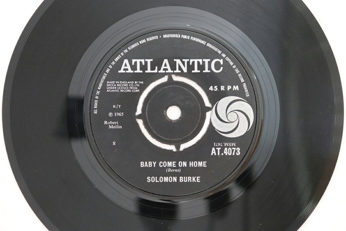 ・アーティスト Solomon Burke ・タイトル Baby Come On Home ・レーベル・型番 Atlantic AT4073 ・フォーマット 7インチレコード ・コンディション(盤) 悪い (VG-) ・コンディション(ジャケット) ・コンディション(帯) オビなし ・特記事項 【盤に目立った跡】【盤に小さいキズ】 実際に発送される商品の画像です 【ご購入前に必ずご確認ください】 ・本店サイト(www.recordcity.jp)とは価格、送料が違います ・本店サイト、その他支店のオーダーとは同梱発送できません ・注文確定後に別の注文を頂いた場合、注文同士の同梱は致しかねます。 ・別倉庫から発送しているため、店頭受け渡しは対応しておりません ・一部商品は他の通販サイトでも販売しているため、ご注文のタイミングによっては商品のご用意ができない場合がございます。 ・土日祝日はお休みです 金曜・祝前日9時以降のご連絡またはご入金は、返答または発送が週明け・祝日明けに順次対応となります。 ・ご購入後のキャンセル不可 ご購入後のキャンセルはいかなる理由においてもお受けできません。ご了承の上、ご購入くださいませ。 ・日本郵便(ゆうパック/ゆうメール)によるお届けになります。 ・中古品であることをご理解ください 当ストアでは中古商品を主に販売しております。中古品であることをご理解の上ご購入ください。また、一部商品はRecordCityオンラインストアで試聴可能です。 ・返品について お客様のご都合による返品は一切承っておりません。 表記の内容と実際の商品に相違がある場合、また針飛び等で返品・返金をご希望される場合は、商品の到着後1週間以内にご連絡ください。商品の返送をこちらで確認後、キャンセル・返金を行います。 コンディションVG以下の商品は返品できません。プレイに影響のない表面のこすれ傷、プレス起因のノイズ盤は返品の対象外です。 【コンディション表記】 ・ほぼ新品(M-)(Like New) 完全な新品。未使用。当店ではほぼ使用しません ・非常に良い(EX)(Excellent) 中古盤として美品な状態。わずかな経年を感じるものの傷みを感じさせない、当店基準で最高の状態 ・良い(VG+)(Very Good Plus) 丁寧に扱われた中古品で、軽い使用感がみられる。 ・可(VG)(Acceptable) 使い込まれた中古品で、「良い」よりもさらに使用感がみられる。 ・悪い(VG-)(Bad) 状態が悪いアイテム。使用の保障はなく、再生不可、針飛び、目立つノイズがあるかもしれない。状態によるクレーム不可。返品不可。 ・非常に悪い(G)(Very Bad) 「悪い」よりさらに状態が悪いアイテム。使用の保障はなく、再生不可、針飛び、目立つノイズがあるかもしれない。状態によるクレーム不可。返品不可。 ・ジャンク(Fair)(Junk/Fair) 割れている、反っている、水ダメージがある、カビ、ジャケットが分離している、ひどい書き込み、ひどい擦れなど最低の状態。使用の保障はなく、再生不可、針飛び、目立つノイズがあるかもしれない。状態によるクレーム不可。返品不可。 ・ジャンク(Poor)(Junk/Poor) 割れている、反っている、水ダメージがある、カビ、ジャケットが分離している、ひどい書き込み、ひどい擦れなど最低の状態。使用の保障はなく、再生不可、針飛び、目立つノイズがあるかもしれない。状態によるクレーム不可。返品不可。