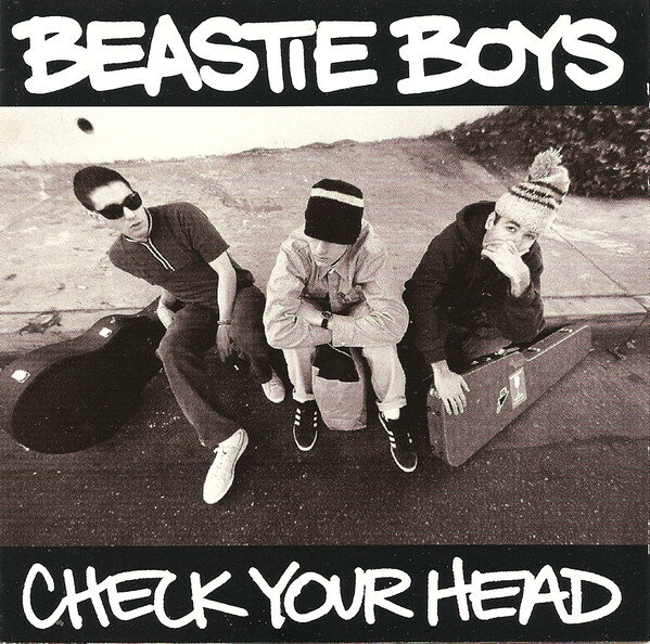 ・アーティスト Beastie Boys ・タイトル Check Your Head ・レーベル・型番 Capitol Records CDP7989382 ・フォーマット CD ・コンディション(盤) 良い (VG+) ・コンディション(ジャケット) ・コンディション(帯) オビなし ・特記事項 【盤に小さいキズ】 サンプル画像です。実際の商品の画像ではありません 商品写真はバーコード/カタログ番号に対応したサンプル画像ですので、お送りする商品の画像ではありません。帯やライナーなどの付属品は、特記事項に記載されている場合のみ含まれます。プロモやカラーレコードなどの仕様についても、該当する場合のみ特記事項に記載しています。 【ご購入前に必ずご確認ください】 ・本店サイト(www.recordcity.jp)とは価格、送料が違います ・本店サイト、その他支店のオーダーとは同梱発送できません ・注文確定後に別の注文を頂いた場合、注文同士の同梱は致しかねます。 ・別倉庫から発送しているため、店頭受け渡しは対応しておりません ・一部商品は他の通販サイトでも販売しているため、ご注文のタイミングによっては商品のご用意ができない場合がございます。 ・土日祝日はお休みです 金曜・祝前日9時以降のご連絡またはご入金は、返答または発送が週明け・祝日明けに順次対応となります。 ・ご購入後のキャンセル不可 ご購入後のキャンセルはいかなる理由においてもお受けできません。ご了承の上、ご購入くださいませ。 ・日本郵便(ゆうパック/ゆうメール)によるお届けになります。 ・中古品であることをご理解ください 当ストアでは中古商品を主に販売しております。中古品であることをご理解の上ご購入ください。また、一部商品はRecordCityオンラインストアで試聴可能です。 ・返品について お客様のご都合による返品は一切承っておりません。 表記の内容と実際の商品に相違がある場合、また針飛び等で返品・返金をご希望される場合は、商品の到着後1週間以内にご連絡ください。商品の返送をこちらで確認後、キャンセル・返金を行います。 コンディションVG以下の商品は返品できません。プレイに影響のない表面のこすれ傷、プレス起因のノイズ盤は返品の対象外です。 【コンディション表記】 ・ほぼ新品(M-)(Like New) 完全な新品。未使用。当店ではほぼ使用しません ・非常に良い(EX)(Excellent) 中古盤として美品な状態。わずかな経年を感じるものの傷みを感じさせない、当店基準で最高の状態 ・良い(VG+)(Very Good Plus) 丁寧に扱われた中古品で、軽い使用感がみられる。 ・可(VG)(Acceptable) 使い込まれた中古品で、「良い」よりもさらに使用感がみられる。 ・悪い(VG-)(Bad) 状態が悪いアイテム。使用の保障はなく、再生不可、針飛び、目立つノイズがあるかもしれない。状態によるクレーム不可。返品不可。 ・非常に悪い(G)(Very Bad) 「悪い」よりさらに状態が悪いアイテム。使用の保障はなく、再生不可、針飛び、目立つノイズがあるかもしれない。状態によるクレーム不可。返品不可。 ・ジャンク(Fair)(Junk/Fair) 割れている、反っている、水ダメージがある、カビ、ジャケットが分離している、ひどい書き込み、ひどい擦れなど最低の状態。使用の保障はなく、再生不可、針飛び、目立つノイズがあるかもしれない。状態によるクレーム不可。返品不可。 ・ジャンク(Poor)(Junk/Poor) 割れている、反っている、水ダメージがある、カビ、ジャケットが分離している、ひどい書き込み、ひどい擦れなど最低の状態。使用の保障はなく、再生不可、針飛び、目立つノイズがあるかもしれない。状態によるクレーム不可。返品不可。