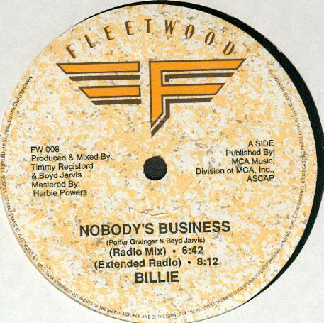 ・アーティスト Billie ・タイトル Nobody's Business ・レーベル Fleetwood Records FW008 ・フォーマット 12インチレコード ・コンディション(盤) 良い (VG+) ・コンディション(ジャケット) プレインカバー（元ジャケット／カバー無し） ・コンディション(帯) オビなし ・特記事項 【盤に浅い跡】 サンプル画像です。実際の商品の画像ではありません 商品写真はバーコード/カタログ番号に対応したサンプル画像ですので、お送りする商品の画像ではありません。帯やライナーなどの付属品は、特記事項に記載されている場合のみ含まれます。プロモやカラーレコードなどの仕様についても、該当する場合のみ特記事項に記載しています。 【ご購入前に必ずご確認ください】 ・本店サイト(www.recordcity.jp)とは価格、送料が違います ・本店サイト、その他支店のオーダーとは同梱発送できません ・別倉庫から発送しているため、店頭受け渡しは対応しておりません ・一部商品は他の通販サイトでも販売しているため、ご注文のタイミングによっては商品のご用意ができない場合がございます。 ・土日祝日はお休みです 金曜・祝前日9時以降のご連絡またはご入金は、返答または発送が週明け・祝日明けに順次対応となります。 ・ご購入後のキャンセル不可 ご購入後のキャンセルはいかなる理由においてもお受けできません。ご了承の上、ご購入くださいませ。 ・日本郵便(ゆうパック/ゆうメール)によるお届けになります。 ・中古品であることをご理解ください 当ストアではお客様よりお譲りいただいた中古商品を主に販売しております。中古品であることをご理解の上ご購入ください。また、一部商品はRecordCityオンラインストアで試聴可能です。 ・返品について お客様のご都合による返品は一切承っておりません。 表記の内容と実際の商品に相違がある場合、また針飛び等で返品・返金をご希望される場合は、商品の到着後1週間以内にご連絡ください。商品の返送をこちらで確認後、キャンセル・返金を行います。 コンディションVG以下の商品は返品できません。プレイに影響のない表面のこすれ傷、プレス起因のノイズ盤は返品の対象外です。 【コンディション表記】 ・ほぼ新品(M-)(Like New) 完全な新品。未使用。当店ではほぼ使用しません ・非常に良い(EX)(Excellent) 中古盤として美品な状態。わずかな経年を感じるものの傷みを感じさせない、当店基準で最高の状態 ・良い(VG+)(Very Good Plus) 丁寧に扱われた中古品で、軽い使用感がみられる。 ・可(VG)(Acceptable) 使い込まれた中古品で、「良い」よりもさらに使用感がみられる。 ・悪い(VG-)(Bad) 状態が悪いアイテム。使用の保障はなく、再生不可、針飛び、目立つノイズがあるかもしれない。状態によるクレーム不可。返品不可。 ・非常に悪い(G)(Very Bad) 「悪い」よりさらに状態が悪いアイテム。使用の保障はなく、再生不可、針飛び、目立つノイズがあるかもしれない。状態によるクレーム不可。返品不可。 ・ジャンク(Fair)(Junk/Fair) 割れている、反っている、水ダメージがある、カビ、ジャケットが分離している、ひどい書き込み、ひどい擦れなど最低の状態。使用の保障はなく、再生不可、針飛び、目立つノイズがあるかもしれない。状態によるクレーム不可。返品不可。 ・ジャンク(Poor)(Junk/Poor) 割れている、反っている、水ダメージがある、カビ、ジャケットが分離している、ひどい書き込み、ひどい擦れなど最低の状態。使用の保障はなく、再生不可、針飛び、目立つノイズがあるかもしれない。状態によるクレーム不可。返品不可。