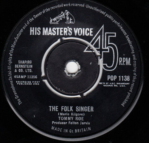 ・アーティスト Tommy Roe ・タイトル The Folk Singer ・レーベル・型番 His Master's Voice POP1138 ・フォーマット 7インチレコード ・コンディション(盤) 良い (VG+) ・コンディション(ジャケット) プレインカバー（元ジャケット／カバー無し） ・コンディション(帯) オビなし ・特記事項 サンプル画像です。実際の商品の画像ではありません 商品写真はバーコード/カタログ番号に対応したサンプル画像ですので、お送りする商品の画像ではありません。帯やライナーなどの付属品は、特記事項に記載されている場合のみ含まれます。プロモやカラーレコードなどの仕様についても、該当する場合のみ特記事項に記載しています。 【ご購入前に必ずご確認ください】 ・本店サイト(www.recordcity.jp)とは価格、送料が違います ・本店サイト、その他支店のオーダーとは同梱発送できません ・注文確定後に別の注文を頂いた場合、注文同士の同梱は致しかねます。 ・別倉庫から発送しているため、店頭受け渡しは対応しておりません ・一部商品は他の通販サイトでも販売しているため、ご注文のタイミングによっては商品のご用意ができない場合がございます。 ・土日祝日はお休みです 金曜・祝前日9時以降のご連絡またはご入金は、返答または発送が週明け・祝日明けに順次対応となります。 ・ご購入後のキャンセル不可 ご購入後のキャンセルはいかなる理由においてもお受けできません。ご了承の上、ご購入くださいませ。 ・日本郵便(ゆうパック/ゆうメール)によるお届けになります。 ・中古品であることをご理解ください 当ストアでは中古商品を主に販売しております。中古品であることをご理解の上ご購入ください。また、一部商品はRecordCityオンラインストアで試聴可能です。 ・返品について お客様のご都合による返品は一切承っておりません。 表記の内容と実際の商品に相違がある場合、また針飛び等で返品・返金をご希望される場合は、商品の到着後1週間以内にご連絡ください。商品の返送をこちらで確認後、キャンセル・返金を行います。 コンディションVG以下の商品は返品できません。プレイに影響のない表面のこすれ傷、プレス起因のノイズ盤は返品の対象外です。 【コンディション表記】 ・ほぼ新品(M-)(Like New) 完全な新品。未使用。当店ではほぼ使用しません ・非常に良い(EX)(Excellent) 中古盤として美品な状態。わずかな経年を感じるものの傷みを感じさせない、当店基準で最高の状態 ・良い(VG+)(Very Good Plus) 丁寧に扱われた中古品で、軽い使用感がみられる。 ・可(VG)(Acceptable) 使い込まれた中古品で、「良い」よりもさらに使用感がみられる。 ・悪い(VG-)(Bad) 状態が悪いアイテム。使用の保障はなく、再生不可、針飛び、目立つノイズがあるかもしれない。状態によるクレーム不可。返品不可。 ・非常に悪い(G)(Very Bad) 「悪い」よりさらに状態が悪いアイテム。使用の保障はなく、再生不可、針飛び、目立つノイズがあるかもしれない。状態によるクレーム不可。返品不可。 ・ジャンク(Fair)(Junk/Fair) 割れている、反っている、水ダメージがある、カビ、ジャケットが分離している、ひどい書き込み、ひどい擦れなど最低の状態。使用の保障はなく、再生不可、針飛び、目立つノイズがあるかもしれない。状態によるクレーム不可。返品不可。 ・ジャンク(Poor)(Junk/Poor) 割れている、反っている、水ダメージがある、カビ、ジャケットが分離している、ひどい書き込み、ひどい擦れなど最低の状態。使用の保障はなく、再生不可、針飛び、目立つノイズがあるかもしれない。状態によるクレーム不可。返品不可。