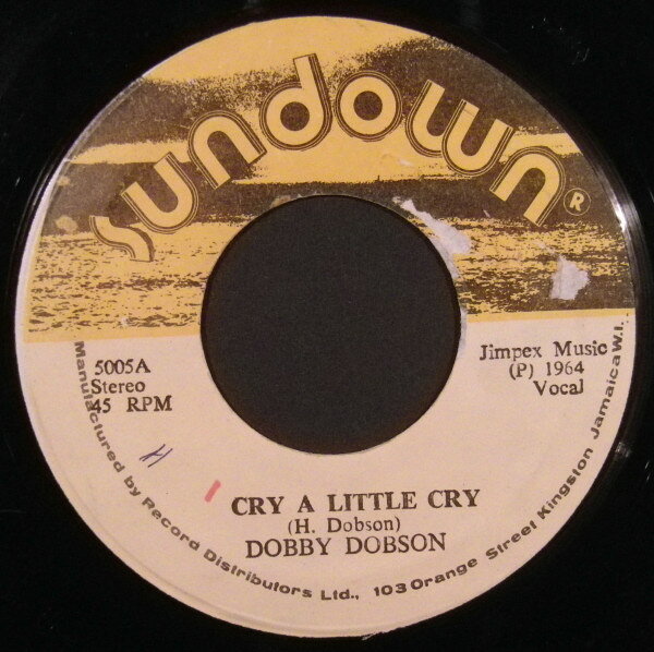 ・アーティスト Dobby Dobson ・タイトル Cry A Little Cry ・レーベル・型番 Sundown 5005 ・フォーマット 7インチレコード ・コンディション(盤) 良い (VG+) ・コンディション(ジャケット) ・コンディション(帯) オビなし ・特記事項 【盤に目立った跡】【盤にヘアライン】【レーベルに書き込み】 サンプル画像です。実際の商品の画像ではありません 商品写真はバーコード/カタログ番号に対応したサンプル画像ですので、お送りする商品の画像ではありません。帯やライナーなどの付属品は、特記事項に記載されている場合のみ含まれます。プロモやカラーレコードなどの仕様についても、該当する場合のみ特記事項に記載しています。 【ご購入前に必ずご確認ください】 ・本店サイト(www.recordcity.jp)とは価格、送料が違います ・本店サイト、その他支店のオーダーとは同梱発送できません ・注文確定後に別の注文を頂いた場合、注文同士の同梱は致しかねます。 ・別倉庫から発送しているため、店頭受け渡しは対応しておりません ・一部商品は他の通販サイトでも販売しているため、ご注文のタイミングによっては商品のご用意ができない場合がございます。 ・土日祝日はお休みです 金曜・祝前日9時以降のご連絡またはご入金は、返答または発送が週明け・祝日明けに順次対応となります。 ・ご購入後のキャンセル不可 ご購入後のキャンセルはいかなる理由においてもお受けできません。ご了承の上、ご購入くださいませ。 ・日本郵便(ゆうパック/ゆうメール)によるお届けになります。 ・中古品であることをご理解ください 当ストアでは中古商品を主に販売しております。中古品であることをご理解の上ご購入ください。また、一部商品はRecordCityオンラインストアで試聴可能です。 ・返品について お客様のご都合による返品は一切承っておりません。 表記の内容と実際の商品に相違がある場合、また針飛び等で返品・返金をご希望される場合は、商品の到着後1週間以内にご連絡ください。商品の返送をこちらで確認後、キャンセル・返金を行います。 コンディションVG以下の商品は返品できません。プレイに影響のない表面のこすれ傷、プレス起因のノイズ盤は返品の対象外です。 【コンディション表記】 ・ほぼ新品(M-)(Like New) 完全な新品。未使用。当店ではほぼ使用しません ・非常に良い(EX)(Excellent) 中古盤として美品な状態。わずかな経年を感じるものの傷みを感じさせない、当店基準で最高の状態 ・良い(VG+)(Very Good Plus) 丁寧に扱われた中古品で、軽い使用感がみられる。 ・可(VG)(Acceptable) 使い込まれた中古品で、「良い」よりもさらに使用感がみられる。 ・悪い(VG-)(Bad) 状態が悪いアイテム。使用の保障はなく、再生不可、針飛び、目立つノイズがあるかもしれない。状態によるクレーム不可。返品不可。 ・非常に悪い(G)(Very Bad) 「悪い」よりさらに状態が悪いアイテム。使用の保障はなく、再生不可、針飛び、目立つノイズがあるかもしれない。状態によるクレーム不可。返品不可。 ・ジャンク(Fair)(Junk/Fair) 割れている、反っている、水ダメージがある、カビ、ジャケットが分離している、ひどい書き込み、ひどい擦れなど最低の状態。使用の保障はなく、再生不可、針飛び、目立つノイズがあるかもしれない。状態によるクレーム不可。返品不可。 ・ジャンク(Poor)(Junk/Poor) 割れている、反っている、水ダメージがある、カビ、ジャケットが分離している、ひどい書き込み、ひどい擦れなど最低の状態。使用の保障はなく、再生不可、針飛び、目立つノイズがあるかもしれない。状態によるクレーム不可。返品不可。