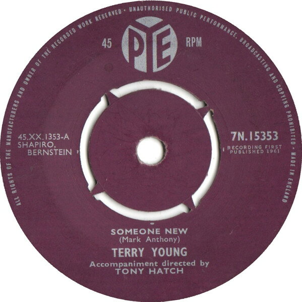 ・アーティスト Terry Young (2) ・タイトル Someone New ・レーベル・型番 Pye Records 7N15353 ・フォーマット 7インチレコード ・コンディション(盤) 良い (VG+) ・コンディション(ジャケット) プレインカバー（元ジャケット／カバー無し） ・コンディション(帯) オビなし ・特記事項 【盤に浅い跡】 サンプル画像です。実際の商品の画像ではありません 商品写真はバーコード/カタログ番号に対応したサンプル画像ですので、お送りする商品の画像ではありません。帯やライナーなどの付属品は、特記事項に記載されている場合のみ含まれます。プロモやカラーレコードなどの仕様についても、該当する場合のみ特記事項に記載しています。 【ご購入前に必ずご確認ください】 ・本店サイト(www.recordcity.jp)とは価格、送料が違います ・本店サイト、その他支店のオーダーとは同梱発送できません ・注文確定後に別の注文を頂いた場合、注文同士の同梱は致しかねます。 ・別倉庫から発送しているため、店頭受け渡しは対応しておりません ・一部商品は他の通販サイトでも販売しているため、ご注文のタイミングによっては商品のご用意ができない場合がございます。 ・土日祝日はお休みです 金曜・祝前日9時以降のご連絡またはご入金は、返答または発送が週明け・祝日明けに順次対応となります。 ・ご購入後のキャンセル不可 ご購入後のキャンセルはいかなる理由においてもお受けできません。ご了承の上、ご購入くださいませ。 ・日本郵便(ゆうパック/ゆうメール)によるお届けになります。 ・中古品であることをご理解ください 当ストアでは中古商品を主に販売しております。中古品であることをご理解の上ご購入ください。また、一部商品はRecordCityオンラインストアで試聴可能です。 ・返品について お客様のご都合による返品は一切承っておりません。 表記の内容と実際の商品に相違がある場合、また針飛び等で返品・返金をご希望される場合は、商品の到着後1週間以内にご連絡ください。商品の返送をこちらで確認後、キャンセル・返金を行います。 コンディションVG以下の商品は返品できません。プレイに影響のない表面のこすれ傷、プレス起因のノイズ盤は返品の対象外です。 【コンディション表記】 ・ほぼ新品(M-)(Like New) 完全な新品。未使用。当店ではほぼ使用しません ・非常に良い(EX)(Excellent) 中古盤として美品な状態。わずかな経年を感じるものの傷みを感じさせない、当店基準で最高の状態 ・良い(VG+)(Very Good Plus) 丁寧に扱われた中古品で、軽い使用感がみられる。 ・可(VG)(Acceptable) 使い込まれた中古品で、「良い」よりもさらに使用感がみられる。 ・悪い(VG-)(Bad) 状態が悪いアイテム。使用の保障はなく、再生不可、針飛び、目立つノイズがあるかもしれない。状態によるクレーム不可。返品不可。 ・非常に悪い(G)(Very Bad) 「悪い」よりさらに状態が悪いアイテム。使用の保障はなく、再生不可、針飛び、目立つノイズがあるかもしれない。状態によるクレーム不可。返品不可。 ・ジャンク(Fair)(Junk/Fair) 割れている、反っている、水ダメージがある、カビ、ジャケットが分離している、ひどい書き込み、ひどい擦れなど最低の状態。使用の保障はなく、再生不可、針飛び、目立つノイズがあるかもしれない。状態によるクレーム不可。返品不可。 ・ジャンク(Poor)(Junk/Poor) 割れている、反っている、水ダメージがある、カビ、ジャケットが分離している、ひどい書き込み、ひどい擦れなど最低の状態。使用の保障はなく、再生不可、針飛び、目立つノイズがあるかもしれない。状態によるクレーム不可。返品不可。
