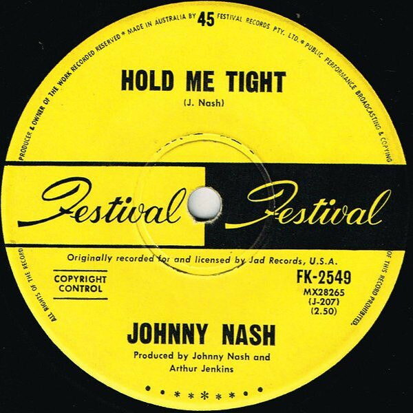 ・アーティスト Johnny Nash ・タイトル Hold Me Tight ・レーベル・型番 Festival Records FK2549 ・フォーマット 7インチレコード ・コンディション(盤) 可 (VG) ・コンディション(ジャケット) ・コンディション(帯) オビなし ・特記事項 【盤に薄い跡】【盤に小さいキズ】【SEW】 サンプル画像です。実際の商品の画像ではありません 商品写真はバーコード/カタログ番号に対応したサンプル画像ですので、お送りする商品の画像ではありません。帯やライナーなどの付属品は、特記事項に記載されている場合のみ含まれます。プロモやカラーレコードなどの仕様についても、該当する場合のみ特記事項に記載しています。 【ご購入前に必ずご確認ください】 ・本店サイト(www.recordcity.jp)とは価格、送料が違います ・本店サイト、その他支店のオーダーとは同梱発送できません ・注文確定後に別の注文を頂いた場合、注文同士の同梱は致しかねます。 ・別倉庫から発送しているため、店頭受け渡しは対応しておりません ・一部商品は他の通販サイトでも販売しているため、ご注文のタイミングによっては商品のご用意ができない場合がございます。 ・土日祝日はお休みです 金曜・祝前日9時以降のご連絡またはご入金は、返答または発送が週明け・祝日明けに順次対応となります。 ・ご購入後のキャンセル不可 ご購入後のキャンセルはいかなる理由においてもお受けできません。ご了承の上、ご購入くださいませ。 ・日本郵便(ゆうパック/ゆうメール)によるお届けになります。 ・中古品であることをご理解ください 当ストアでは中古商品を主に販売しております。中古品であることをご理解の上ご購入ください。また、一部商品はRecordCityオンラインストアで試聴可能です。 ・返品について お客様のご都合による返品は一切承っておりません。 表記の内容と実際の商品に相違がある場合、また針飛び等で返品・返金をご希望される場合は、商品の到着後1週間以内にご連絡ください。商品の返送をこちらで確認後、キャンセル・返金を行います。 コンディションVG以下の商品は返品できません。プレイに影響のない表面のこすれ傷、プレス起因のノイズ盤は返品の対象外です。 【コンディション表記】 ・ほぼ新品(M-)(Like New) 完全な新品。未使用。当店ではほぼ使用しません ・非常に良い(EX)(Excellent) 中古盤として美品な状態。わずかな経年を感じるものの傷みを感じさせない、当店基準で最高の状態 ・良い(VG+)(Very Good Plus) 丁寧に扱われた中古品で、軽い使用感がみられる。 ・可(VG)(Acceptable) 使い込まれた中古品で、「良い」よりもさらに使用感がみられる。 ・悪い(VG-)(Bad) 状態が悪いアイテム。使用の保障はなく、再生不可、針飛び、目立つノイズがあるかもしれない。状態によるクレーム不可。返品不可。 ・非常に悪い(G)(Very Bad) 「悪い」よりさらに状態が悪いアイテム。使用の保障はなく、再生不可、針飛び、目立つノイズがあるかもしれない。状態によるクレーム不可。返品不可。 ・ジャンク(Fair)(Junk/Fair) 割れている、反っている、水ダメージがある、カビ、ジャケットが分離している、ひどい書き込み、ひどい擦れなど最低の状態。使用の保障はなく、再生不可、針飛び、目立つノイズがあるかもしれない。状態によるクレーム不可。返品不可。 ・ジャンク(Poor)(Junk/Poor) 割れている、反っている、水ダメージがある、カビ、ジャケットが分離している、ひどい書き込み、ひどい擦れなど最低の状態。使用の保障はなく、再生不可、針飛び、目立つノイズがあるかもしれない。状態によるクレーム不可。返品不可。