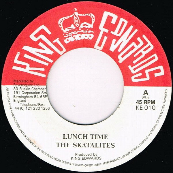 ・アーティスト Skatalites / Groovers (2) ・タイトル Lunch Time / Pi-A-Ring ・レーベル・型番 King Edwards KE010 ・フォーマット 7インチレコード ・コンディション(盤) 非常に良い(EX) ・コンディション(ジャケット) ・コンディション(帯) オビなし ・特記事項 サンプル画像です。実際の商品の画像ではありません 商品写真はバーコード/カタログ番号に対応したサンプル画像ですので、お送りする商品の画像ではありません。帯やライナーなどの付属品は、特記事項に記載されている場合のみ含まれます。プロモやカラーレコードなどの仕様についても、該当する場合のみ特記事項に記載しています。 【ご購入前に必ずご確認ください】 ・本店サイト(www.recordcity.jp)とは価格、送料が違います ・本店サイト、その他支店のオーダーとは同梱発送できません ・注文確定後に別の注文を頂いた場合、注文同士の同梱は致しかねます。 ・別倉庫から発送しているため、店頭受け渡しは対応しておりません ・一部商品は他の通販サイトでも販売しているため、ご注文のタイミングによっては商品のご用意ができない場合がございます。 ・土日祝日はお休みです 金曜・祝前日9時以降のご連絡またはご入金は、返答または発送が週明け・祝日明けに順次対応となります。 ・ご購入後のキャンセル不可 ご購入後のキャンセルはいかなる理由においてもお受けできません。ご了承の上、ご購入くださいませ。 ・日本郵便(ゆうパック/ゆうメール)によるお届けになります。 ・中古品であることをご理解ください 当ストアでは中古商品を主に販売しております。中古品であることをご理解の上ご購入ください。また、一部商品はRecordCityオンラインストアで試聴可能です。 ・返品について お客様のご都合による返品は一切承っておりません。 表記の内容と実際の商品に相違がある場合、また針飛び等で返品・返金をご希望される場合は、商品の到着後1週間以内にご連絡ください。商品の返送をこちらで確認後、キャンセル・返金を行います。 コンディションVG以下の商品は返品できません。プレイに影響のない表面のこすれ傷、プレス起因のノイズ盤は返品の対象外です。 【コンディション表記】 ・ほぼ新品(M-)(Like New) 完全な新品。未使用。当店ではほぼ使用しません ・非常に良い(EX)(Excellent) 中古盤として美品な状態。わずかな経年を感じるものの傷みを感じさせない、当店基準で最高の状態 ・良い(VG+)(Very Good Plus) 丁寧に扱われた中古品で、軽い使用感がみられる。 ・可(VG)(Acceptable) 使い込まれた中古品で、「良い」よりもさらに使用感がみられる。 ・悪い(VG-)(Bad) 状態が悪いアイテム。使用の保障はなく、再生不可、針飛び、目立つノイズがあるかもしれない。状態によるクレーム不可。返品不可。 ・非常に悪い(G)(Very Bad) 「悪い」よりさらに状態が悪いアイテム。使用の保障はなく、再生不可、針飛び、目立つノイズがあるかもしれない。状態によるクレーム不可。返品不可。 ・ジャンク(Fair)(Junk/Fair) 割れている、反っている、水ダメージがある、カビ、ジャケットが分離している、ひどい書き込み、ひどい擦れなど最低の状態。使用の保障はなく、再生不可、針飛び、目立つノイズがあるかもしれない。状態によるクレーム不可。返品不可。 ・ジャンク(Poor)(Junk/Poor) 割れている、反っている、水ダメージがある、カビ、ジャケットが分離している、ひどい書き込み、ひどい擦れなど最低の状態。使用の保障はなく、再生不可、針飛び、目立つノイズがあるかもしれない。状態によるクレーム不可。返品不可。