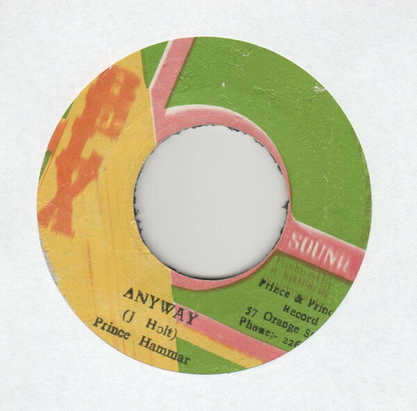 ・アーティスト Prince Hammer ・タイトル Anyway ・レーベル・型番 Belva Sound NONE ・フォーマット 7インチレコード ・コンディション(盤) 良い (VG+) ・コンディション(ジャケット) ・コンディション(帯) オビなし ・特記事項 サンプル画像です。実際の商品の画像ではありません 商品写真はバーコード/カタログ番号に対応したサンプル画像ですので、お送りする商品の画像ではありません。帯やライナーなどの付属品は、特記事項に記載されている場合のみ含まれます。プロモやカラーレコードなどの仕様についても、該当する場合のみ特記事項に記載しています。 【ご購入前に必ずご確認ください】 ・本店サイト(www.recordcity.jp)とは価格、送料が違います ・本店サイト、その他支店のオーダーとは同梱発送できません ・注文確定後に別の注文を頂いた場合、注文同士の同梱は致しかねます。 ・別倉庫から発送しているため、店頭受け渡しは対応しておりません ・一部商品は他の通販サイトでも販売しているため、ご注文のタイミングによっては商品のご用意ができない場合がございます。 ・土日祝日はお休みです 金曜・祝前日9時以降のご連絡またはご入金は、返答または発送が週明け・祝日明けに順次対応となります。 ・ご購入後のキャンセル不可 ご購入後のキャンセルはいかなる理由においてもお受けできません。ご了承の上、ご購入くださいませ。 ・日本郵便(ゆうパック/ゆうメール)によるお届けになります。 ・中古品であることをご理解ください 当ストアでは中古商品を主に販売しております。中古品であることをご理解の上ご購入ください。また、一部商品はRecordCityオンラインストアで試聴可能です。 ・返品について お客様のご都合による返品は一切承っておりません。 表記の内容と実際の商品に相違がある場合、また針飛び等で返品・返金をご希望される場合は、商品の到着後1週間以内にご連絡ください。商品の返送をこちらで確認後、キャンセル・返金を行います。 コンディションVG以下の商品は返品できません。プレイに影響のない表面のこすれ傷、プレス起因のノイズ盤は返品の対象外です。 【コンディション表記】 ・ほぼ新品(M-)(Like New) 完全な新品。未使用。当店ではほぼ使用しません ・非常に良い(EX)(Excellent) 中古盤として美品な状態。わずかな経年を感じるものの傷みを感じさせない、当店基準で最高の状態 ・良い(VG+)(Very Good Plus) 丁寧に扱われた中古品で、軽い使用感がみられる。 ・可(VG)(Acceptable) 使い込まれた中古品で、「良い」よりもさらに使用感がみられる。 ・悪い(VG-)(Bad) 状態が悪いアイテム。使用の保障はなく、再生不可、針飛び、目立つノイズがあるかもしれない。状態によるクレーム不可。返品不可。 ・非常に悪い(G)(Very Bad) 「悪い」よりさらに状態が悪いアイテム。使用の保障はなく、再生不可、針飛び、目立つノイズがあるかもしれない。状態によるクレーム不可。返品不可。 ・ジャンク(Fair)(Junk/Fair) 割れている、反っている、水ダメージがある、カビ、ジャケットが分離している、ひどい書き込み、ひどい擦れなど最低の状態。使用の保障はなく、再生不可、針飛び、目立つノイズがあるかもしれない。状態によるクレーム不可。返品不可。 ・ジャンク(Poor)(Junk/Poor) 割れている、反っている、水ダメージがある、カビ、ジャケットが分離している、ひどい書き込み、ひどい擦れなど最低の状態。使用の保障はなく、再生不可、針飛び、目立つノイズがあるかもしれない。状態によるクレーム不可。返品不可。