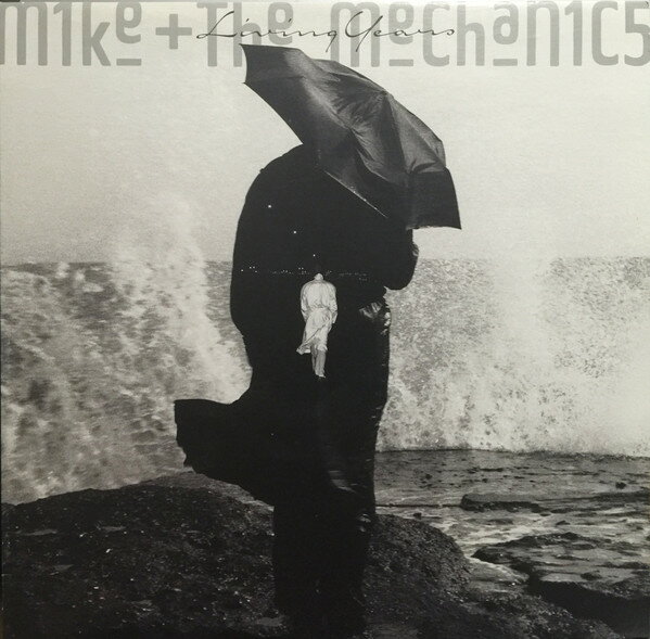 ・アーティスト Mike & The Mechanics ・タイトル Living Years ・レーベル・型番 Atlantic 7819231 ・フォーマット LPレコード ・コンディション(盤) 良い (VG+) ・コンディション(ジャケット) 良い (VG+) ・コンディション(帯) オビなし ・特記事項 【カバーにカットアウトホール】 サンプル画像です。実際の商品の画像ではありません 商品写真はバーコード/カタログ番号に対応したサンプル画像ですので、お送りする商品の画像ではありません。帯やライナーなどの付属品は、特記事項に記載されている場合のみ含まれます。プロモやカラーレコードなどの仕様についても、該当する場合のみ特記事項に記載しています。 【ご購入前に必ずご確認ください】 ・本店サイト(www.recordcity.jp)とは価格、送料が違います ・本店サイト、その他支店のオーダーとは同梱発送できません ・注文確定後に別の注文を頂いた場合、注文同士の同梱は致しかねます。 ・別倉庫から発送しているため、店頭受け渡しは対応しておりません ・一部商品は他の通販サイトでも販売しているため、ご注文のタイミングによっては商品のご用意ができない場合がございます。 ・土日祝日はお休みです 金曜・祝前日9時以降のご連絡またはご入金は、返答または発送が週明け・祝日明けに順次対応となります。 ・ご購入後のキャンセル不可 ご購入後のキャンセルはいかなる理由においてもお受けできません。ご了承の上、ご購入くださいませ。 ・日本郵便(ゆうパック/ゆうメール)によるお届けになります。 ・中古品であることをご理解ください 当ストアでは中古商品を主に販売しております。中古品であることをご理解の上ご購入ください。また、一部商品はRecordCityオンラインストアで試聴可能です。 ・返品について お客様のご都合による返品は一切承っておりません。 表記の内容と実際の商品に相違がある場合、また針飛び等で返品・返金をご希望される場合は、商品の到着後1週間以内にご連絡ください。商品の返送をこちらで確認後、キャンセル・返金を行います。 コンディションVG以下の商品は返品できません。プレイに影響のない表面のこすれ傷、プレス起因のノイズ盤は返品の対象外です。 【コンディション表記】 ・ほぼ新品(M-)(Like New) 完全な新品。未使用。当店ではほぼ使用しません ・非常に良い(EX)(Excellent) 中古盤として美品な状態。わずかな経年を感じるものの傷みを感じさせない、当店基準で最高の状態 ・良い(VG+)(Very Good Plus) 丁寧に扱われた中古品で、軽い使用感がみられる。 ・可(VG)(Acceptable) 使い込まれた中古品で、「良い」よりもさらに使用感がみられる。 ・悪い(VG-)(Bad) 状態が悪いアイテム。使用の保障はなく、再生不可、針飛び、目立つノイズがあるかもしれない。状態によるクレーム不可。返品不可。 ・非常に悪い(G)(Very Bad) 「悪い」よりさらに状態が悪いアイテム。使用の保障はなく、再生不可、針飛び、目立つノイズがあるかもしれない。状態によるクレーム不可。返品不可。 ・ジャンク(Fair)(Junk/Fair) 割れている、反っている、水ダメージがある、カビ、ジャケットが分離している、ひどい書き込み、ひどい擦れなど最低の状態。使用の保障はなく、再生不可、針飛び、目立つノイズがあるかもしれない。状態によるクレーム不可。返品不可。 ・ジャンク(Poor)(Junk/Poor) 割れている、反っている、水ダメージがある、カビ、ジャケットが分離している、ひどい書き込み、ひどい擦れなど最低の状態。使用の保障はなく、再生不可、針飛び、目立つノイズがあるかもしれない。状態によるクレーム不可。返品不可。