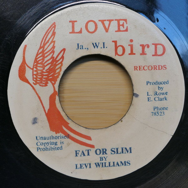 ・アーティスト Levi Williams ・タイトル Fat Or Slim ・レーベル・型番 Love Bird Records 3402 ・フォーマット 7インチレコード ・コンディション(盤) 良い (VG+) ・コンディション(ジャケット) ・コンディション(帯) オビなし ・特記事項 【盤に薄い跡】【盤に小さいキズ】【SEW/SLD】 サンプル画像です。実際の商品の画像ではありません 商品写真はバーコード/カタログ番号に対応したサンプル画像ですので、お送りする商品の画像ではありません。帯やライナーなどの付属品は、特記事項に記載されている場合のみ含まれます。プロモやカラーレコードなどの仕様についても、該当する場合のみ特記事項に記載しています。 【ご購入前に必ずご確認ください】 ・本店サイト(www.recordcity.jp)とは価格、送料が違います ・本店サイト、その他支店のオーダーとは同梱発送できません ・注文確定後に別の注文を頂いた場合、注文同士の同梱は致しかねます。 ・別倉庫から発送しているため、店頭受け渡しは対応しておりません ・一部商品は他の通販サイトでも販売しているため、ご注文のタイミングによっては商品のご用意ができない場合がございます。 ・土日祝日はお休みです 金曜・祝前日9時以降のご連絡またはご入金は、返答または発送が週明け・祝日明けに順次対応となります。 ・ご購入後のキャンセル不可 ご購入後のキャンセルはいかなる理由においてもお受けできません。ご了承の上、ご購入くださいませ。 ・日本郵便(ゆうパック/ゆうメール)によるお届けになります。 ・中古品であることをご理解ください 当ストアでは中古商品を主に販売しております。中古品であることをご理解の上ご購入ください。また、一部商品はRecordCityオンラインストアで試聴可能です。 ・返品について お客様のご都合による返品は一切承っておりません。 表記の内容と実際の商品に相違がある場合、また針飛び等で返品・返金をご希望される場合は、商品の到着後1週間以内にご連絡ください。商品の返送をこちらで確認後、キャンセル・返金を行います。 コンディションVG以下の商品は返品できません。プレイに影響のない表面のこすれ傷、プレス起因のノイズ盤は返品の対象外です。 【コンディション表記】 ・ほぼ新品(M-)(Like New) 完全な新品。未使用。当店ではほぼ使用しません ・非常に良い(EX)(Excellent) 中古盤として美品な状態。わずかな経年を感じるものの傷みを感じさせない、当店基準で最高の状態 ・良い(VG+)(Very Good Plus) 丁寧に扱われた中古品で、軽い使用感がみられる。 ・可(VG)(Acceptable) 使い込まれた中古品で、「良い」よりもさらに使用感がみられる。 ・悪い(VG-)(Bad) 状態が悪いアイテム。使用の保障はなく、再生不可、針飛び、目立つノイズがあるかもしれない。状態によるクレーム不可。返品不可。 ・非常に悪い(G)(Very Bad) 「悪い」よりさらに状態が悪いアイテム。使用の保障はなく、再生不可、針飛び、目立つノイズがあるかもしれない。状態によるクレーム不可。返品不可。 ・ジャンク(Fair)(Junk/Fair) 割れている、反っている、水ダメージがある、カビ、ジャケットが分離している、ひどい書き込み、ひどい擦れなど最低の状態。使用の保障はなく、再生不可、針飛び、目立つノイズがあるかもしれない。状態によるクレーム不可。返品不可。 ・ジャンク(Poor)(Junk/Poor) 割れている、反っている、水ダメージがある、カビ、ジャケットが分離している、ひどい書き込み、ひどい擦れなど最低の状態。使用の保障はなく、再生不可、針飛び、目立つノイズがあるかもしれない。状態によるクレーム不可。返品不可。