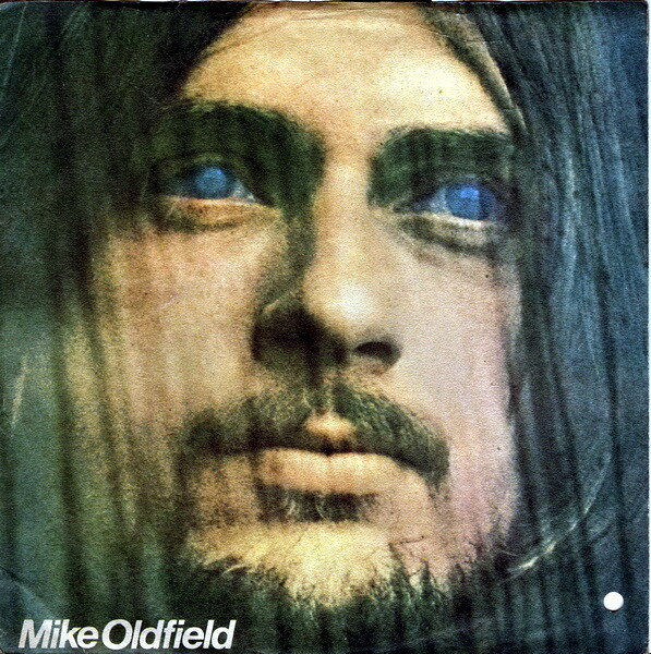 ・アーティスト Mike Oldfield ・タイトル In Dulci Jubilo ・レーベル・型番 PGP RTB VS131 ・フォーマット 7インチレコード ・コンディション(盤) 良い (VG+) ・コンディション(ジャケット) プレインカバー（元ジャケット／カバー無し） ・コンディション(帯) オビなし ・特記事項 サンプル画像です。実際の商品の画像ではありません 商品写真はバーコード/カタログ番号に対応したサンプル画像ですので、お送りする商品の画像ではありません。帯やライナーなどの付属品は、特記事項に記載されている場合のみ含まれます。プロモやカラーレコードなどの仕様についても、該当する場合のみ特記事項に記載しています。 【ご購入前に必ずご確認ください】 ・本店サイト(www.recordcity.jp)とは価格、送料が違います ・本店サイト、その他支店のオーダーとは同梱発送できません ・注文確定後に別の注文を頂いた場合、注文同士の同梱は致しかねます。 ・別倉庫から発送しているため、店頭受け渡しは対応しておりません ・一部商品は他の通販サイトでも販売しているため、ご注文のタイミングによっては商品のご用意ができない場合がございます。 ・土日祝日はお休みです 金曜・祝前日9時以降のご連絡またはご入金は、返答または発送が週明け・祝日明けに順次対応となります。 ・ご購入後のキャンセル不可 ご購入後のキャンセルはいかなる理由においてもお受けできません。ご了承の上、ご購入くださいませ。 ・日本郵便(ゆうパック/ゆうメール)によるお届けになります。 ・中古品であることをご理解ください 当ストアでは中古商品を主に販売しております。中古品であることをご理解の上ご購入ください。また、一部商品はRecordCityオンラインストアで試聴可能です。 ・返品について お客様のご都合による返品は一切承っておりません。 表記の内容と実際の商品に相違がある場合、また針飛び等で返品・返金をご希望される場合は、商品の到着後1週間以内にご連絡ください。商品の返送をこちらで確認後、キャンセル・返金を行います。 コンディションVG以下の商品は返品できません。プレイに影響のない表面のこすれ傷、プレス起因のノイズ盤は返品の対象外です。 【コンディション表記】 ・ほぼ新品(M-)(Like New) 完全な新品。未使用。当店ではほぼ使用しません ・非常に良い(EX)(Excellent) 中古盤として美品な状態。わずかな経年を感じるものの傷みを感じさせない、当店基準で最高の状態 ・良い(VG+)(Very Good Plus) 丁寧に扱われた中古品で、軽い使用感がみられる。 ・可(VG)(Acceptable) 使い込まれた中古品で、「良い」よりもさらに使用感がみられる。 ・悪い(VG-)(Bad) 状態が悪いアイテム。使用の保障はなく、再生不可、針飛び、目立つノイズがあるかもしれない。状態によるクレーム不可。返品不可。 ・非常に悪い(G)(Very Bad) 「悪い」よりさらに状態が悪いアイテム。使用の保障はなく、再生不可、針飛び、目立つノイズがあるかもしれない。状態によるクレーム不可。返品不可。 ・ジャンク(Fair)(Junk/Fair) 割れている、反っている、水ダメージがある、カビ、ジャケットが分離している、ひどい書き込み、ひどい擦れなど最低の状態。使用の保障はなく、再生不可、針飛び、目立つノイズがあるかもしれない。状態によるクレーム不可。返品不可。 ・ジャンク(Poor)(Junk/Poor) 割れている、反っている、水ダメージがある、カビ、ジャケットが分離している、ひどい書き込み、ひどい擦れなど最低の状態。使用の保障はなく、再生不可、針飛び、目立つノイズがあるかもしれない。状態によるクレーム不可。返品不可。
