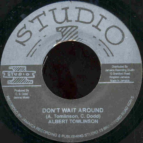・アーティスト Albert Tomlinson ・タイトル Don't Wait Around ・レーベル・型番 Studio One NONE ・フォーマット 7インチレコード ・コンディション(盤) 非常に良い(EX) ・コンディション(ジャケット) ・コンディション(帯) オビなし ・特記事項 【盤に薄い跡】 サンプル画像です。実際の商品の画像ではありません 商品写真はバーコード/カタログ番号に対応したサンプル画像ですので、お送りする商品の画像ではありません。帯やライナーなどの付属品は、特記事項に記載されている場合のみ含まれます。プロモやカラーレコードなどの仕様についても、該当する場合のみ特記事項に記載しています。 【ご購入前に必ずご確認ください】 ・本店サイト(www.recordcity.jp)とは価格、送料が違います ・本店サイト、その他支店のオーダーとは同梱発送できません ・注文確定後に別の注文を頂いた場合、注文同士の同梱は致しかねます。 ・別倉庫から発送しているため、店頭受け渡しは対応しておりません ・一部商品は他の通販サイトでも販売しているため、ご注文のタイミングによっては商品のご用意ができない場合がございます。 ・土日祝日はお休みです 金曜・祝前日9時以降のご連絡またはご入金は、返答または発送が週明け・祝日明けに順次対応となります。 ・ご購入後のキャンセル不可 ご購入後のキャンセルはいかなる理由においてもお受けできません。ご了承の上、ご購入くださいませ。 ・日本郵便(ゆうパック/ゆうメール)によるお届けになります。 ・中古品であることをご理解ください 当ストアでは中古商品を主に販売しております。中古品であることをご理解の上ご購入ください。また、一部商品はRecordCityオンラインストアで試聴可能です。 ・返品について お客様のご都合による返品は一切承っておりません。 表記の内容と実際の商品に相違がある場合、また針飛び等で返品・返金をご希望される場合は、商品の到着後1週間以内にご連絡ください。商品の返送をこちらで確認後、キャンセル・返金を行います。 コンディションVG以下の商品は返品できません。プレイに影響のない表面のこすれ傷、プレス起因のノイズ盤は返品の対象外です。 【コンディション表記】 ・ほぼ新品(M-)(Like New) 完全な新品。未使用。当店ではほぼ使用しません ・非常に良い(EX)(Excellent) 中古盤として美品な状態。わずかな経年を感じるものの傷みを感じさせない、当店基準で最高の状態 ・良い(VG+)(Very Good Plus) 丁寧に扱われた中古品で、軽い使用感がみられる。 ・可(VG)(Acceptable) 使い込まれた中古品で、「良い」よりもさらに使用感がみられる。 ・悪い(VG-)(Bad) 状態が悪いアイテム。使用の保障はなく、再生不可、針飛び、目立つノイズがあるかもしれない。状態によるクレーム不可。返品不可。 ・非常に悪い(G)(Very Bad) 「悪い」よりさらに状態が悪いアイテム。使用の保障はなく、再生不可、針飛び、目立つノイズがあるかもしれない。状態によるクレーム不可。返品不可。 ・ジャンク(Fair)(Junk/Fair) 割れている、反っている、水ダメージがある、カビ、ジャケットが分離している、ひどい書き込み、ひどい擦れなど最低の状態。使用の保障はなく、再生不可、針飛び、目立つノイズがあるかもしれない。状態によるクレーム不可。返品不可。 ・ジャンク(Poor)(Junk/Poor) 割れている、反っている、水ダメージがある、カビ、ジャケットが分離している、ひどい書き込み、ひどい擦れなど最低の状態。使用の保障はなく、再生不可、針飛び、目立つノイズがあるかもしれない。状態によるクレーム不可。返品不可。