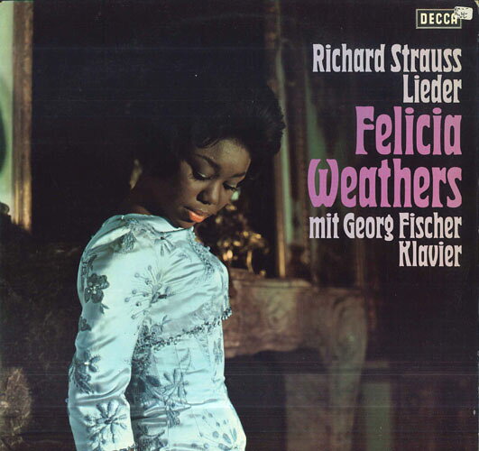 ・アーティスト Felicia Weathers Mit Georg Fischer ・タイトル Lieder Von Richard Strauss ・レーベル・型番 DECCA SAD22034 ・フォーマット LPレコード ・コンディション(盤) 良い (VG+) ・コンディション(ジャケット) 良い (VG+) ・コンディション(帯) オビなし ・特記事項 【盤にヘアライン】【カバーにシール付着】 サンプル画像です。実際の商品の画像ではありません 商品写真はバーコード/カタログ番号に対応したサンプル画像ですので、お送りする商品の画像ではありません。帯やライナーなどの付属品は、特記事項に記載されている場合のみ含まれます。プロモやカラーレコードなどの仕様についても、該当する場合のみ特記事項に記載しています。 【ご購入前に必ずご確認ください】 ・本店サイト(www.recordcity.jp)とは価格、送料が違います ・本店サイト、その他支店のオーダーとは同梱発送できません ・注文確定後に別の注文を頂いた場合、注文同士の同梱は致しかねます。 ・別倉庫から発送しているため、店頭受け渡しは対応しておりません ・一部商品は他の通販サイトでも販売しているため、ご注文のタイミングによっては商品のご用意ができない場合がございます。 ・土日祝日はお休みです 金曜・祝前日9時以降のご連絡またはご入金は、返答または発送が週明け・祝日明けに順次対応となります。 ・ご購入後のキャンセル不可 ご購入後のキャンセルはいかなる理由においてもお受けできません。ご了承の上、ご購入くださいませ。 ・日本郵便(ゆうパック/ゆうメール)によるお届けになります。 ・中古品であることをご理解ください 当ストアでは中古商品を主に販売しております。中古品であることをご理解の上ご購入ください。また、一部商品はRecordCityオンラインストアで試聴可能です。 ・返品について お客様のご都合による返品は一切承っておりません。 表記の内容と実際の商品に相違がある場合、また針飛び等で返品・返金をご希望される場合は、商品の到着後1週間以内にご連絡ください。商品の返送をこちらで確認後、キャンセル・返金を行います。 コンディションVG以下の商品は返品できません。プレイに影響のない表面のこすれ傷、プレス起因のノイズ盤は返品の対象外です。 【コンディション表記】 ・ほぼ新品(M-)(Like New) 完全な新品。未使用。当店ではほぼ使用しません ・非常に良い(EX)(Excellent) 中古盤として美品な状態。わずかな経年を感じるものの傷みを感じさせない、当店基準で最高の状態 ・良い(VG+)(Very Good Plus) 丁寧に扱われた中古品で、軽い使用感がみられる。 ・可(VG)(Acceptable) 使い込まれた中古品で、「良い」よりもさらに使用感がみられる。 ・悪い(VG-)(Bad) 状態が悪いアイテム。使用の保障はなく、再生不可、針飛び、目立つノイズがあるかもしれない。状態によるクレーム不可。返品不可。 ・非常に悪い(G)(Very Bad) 「悪い」よりさらに状態が悪いアイテム。使用の保障はなく、再生不可、針飛び、目立つノイズがあるかもしれない。状態によるクレーム不可。返品不可。 ・ジャンク(Fair)(Junk/Fair) 割れている、反っている、水ダメージがある、カビ、ジャケットが分離している、ひどい書き込み、ひどい擦れなど最低の状態。使用の保障はなく、再生不可、針飛び、目立つノイズがあるかもしれない。状態によるクレーム不可。返品不可。 ・ジャンク(Poor)(Junk/Poor) 割れている、反っている、水ダメージがある、カビ、ジャケットが分離している、ひどい書き込み、ひどい擦れなど最低の状態。使用の保障はなく、再生不可、針飛び、目立つノイズがあるかもしれない。状態によるクレーム不可。返品不可。