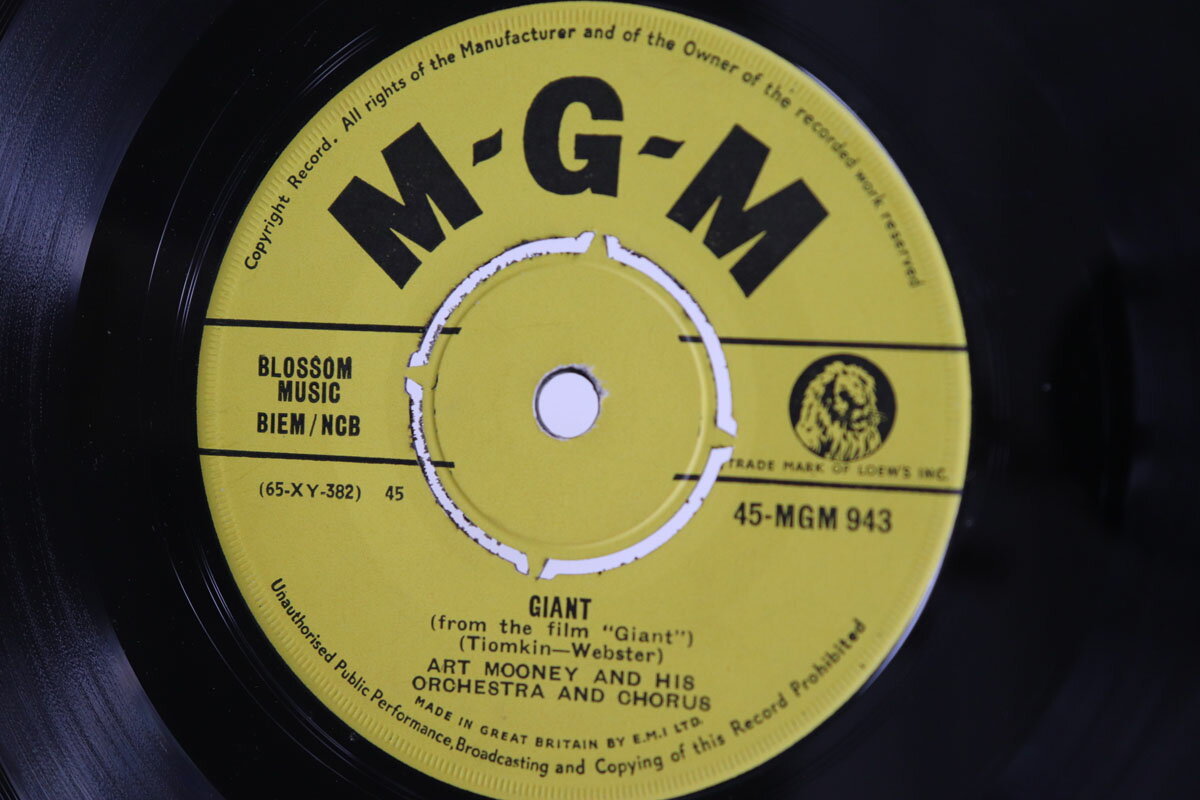 7” Art Mooney &amp; His Orchestra Giant / Theres Never Been Ayone Else But You 45MGM943 MGM /00080