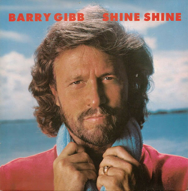 ・アーティスト Barry Gibb ・タイトル Shine Shine ・レーベル・型番 Polydor POSP695 ・フォーマット 7インチレコード ・コンディション(盤) 良い (VG+) ・コンディション(ジャケット) プレインカバー（元ジャケット／カバー無し） ・コンディション(帯) オビなし ・特記事項 【盤カビ】【盤に薄い跡】 サンプル画像です。実際の商品の画像ではありません 商品写真はバーコード/カタログ番号に対応したサンプル画像ですので、お送りする商品の画像ではありません。帯やライナーなどの付属品は、特記事項に記載されている場合のみ含まれます。プロモやカラーレコードなどの仕様についても、該当する場合のみ特記事項に記載しています。 【ご購入前に必ずご確認ください】 ・本店サイト(www.recordcity.jp)とは価格、送料が違います ・本店サイト、その他支店のオーダーとは同梱発送できません ・注文確定後に別の注文を頂いた場合、注文同士の同梱は致しかねます。 ・別倉庫から発送しているため、店頭受け渡しは対応しておりません ・一部商品は他の通販サイトでも販売しているため、ご注文のタイミングによっては商品のご用意ができない場合がございます。 ・土日祝日はお休みです 金曜・祝前日9時以降のご連絡またはご入金は、返答または発送が週明け・祝日明けに順次対応となります。 ・ご購入後のキャンセル不可 ご購入後のキャンセルはいかなる理由においてもお受けできません。ご了承の上、ご購入くださいませ。 ・日本郵便(ゆうパック/ゆうメール)によるお届けになります。 ・中古品であることをご理解ください 当ストアでは中古商品を主に販売しております。中古品であることをご理解の上ご購入ください。また、一部商品はRecordCityオンラインストアで試聴可能です。 ・返品について お客様のご都合による返品は一切承っておりません。 表記の内容と実際の商品に相違がある場合、また針飛び等で返品・返金をご希望される場合は、商品の到着後1週間以内にご連絡ください。商品の返送をこちらで確認後、キャンセル・返金を行います。 コンディションVG以下の商品は返品できません。プレイに影響のない表面のこすれ傷、プレス起因のノイズ盤は返品の対象外です。 【コンディション表記】 ・ほぼ新品(M-)(Like New) 完全な新品。未使用。当店ではほぼ使用しません ・非常に良い(EX)(Excellent) 中古盤として美品な状態。わずかな経年を感じるものの傷みを感じさせない、当店基準で最高の状態 ・良い(VG+)(Very Good Plus) 丁寧に扱われた中古品で、軽い使用感がみられる。 ・可(VG)(Acceptable) 使い込まれた中古品で、「良い」よりもさらに使用感がみられる。 ・悪い(VG-)(Bad) 状態が悪いアイテム。使用の保障はなく、再生不可、針飛び、目立つノイズがあるかもしれない。状態によるクレーム不可。返品不可。 ・非常に悪い(G)(Very Bad) 「悪い」よりさらに状態が悪いアイテム。使用の保障はなく、再生不可、針飛び、目立つノイズがあるかもしれない。状態によるクレーム不可。返品不可。 ・ジャンク(Fair)(Junk/Fair) 割れている、反っている、水ダメージがある、カビ、ジャケットが分離している、ひどい書き込み、ひどい擦れなど最低の状態。使用の保障はなく、再生不可、針飛び、目立つノイズがあるかもしれない。状態によるクレーム不可。返品不可。 ・ジャンク(Poor)(Junk/Poor) 割れている、反っている、水ダメージがある、カビ、ジャケットが分離している、ひどい書き込み、ひどい擦れなど最低の状態。使用の保障はなく、再生不可、針飛び、目立つノイズがあるかもしれない。状態によるクレーム不可。返品不可。