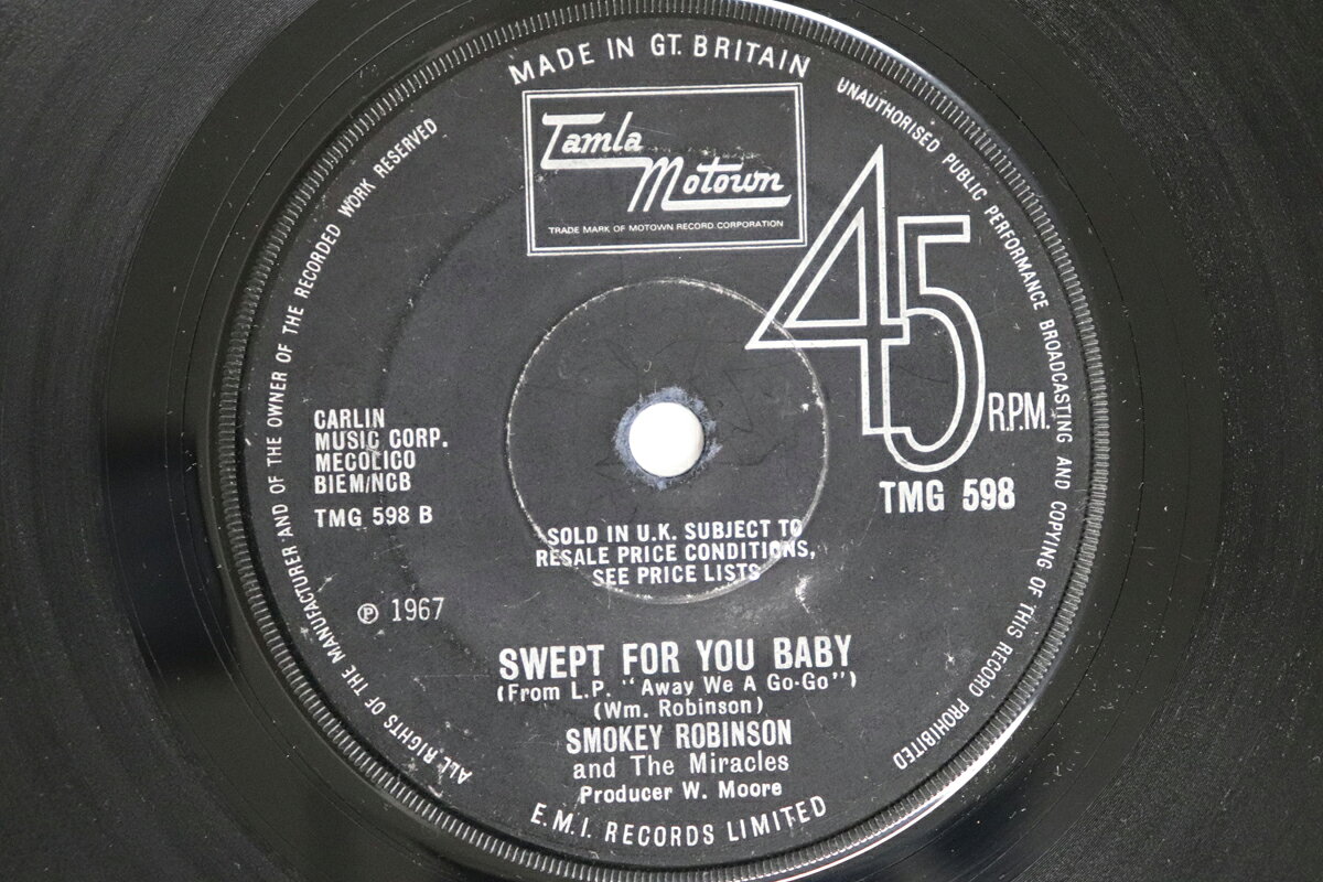 ・アーティスト Miracles ・タイトル The Love I Saw In You Was Just A Mirage / Swept For You Baby ・レーベル・型番 Tamla Motown TMG598 ・フォーマット 7インチレコード ・コンディション(盤) 良い (VG+) ・コンディション(ジャケット) ・コンディション(帯) オビなし ・特記事項 【盤に小さいキズ】【盤に薄い跡】【SLD】 実際に発送される商品の画像です 【ご購入前に必ずご確認ください】 ・本店サイト(www.recordcity.jp)とは価格、送料が違います ・本店サイト、その他支店のオーダーとは同梱発送できません ・注文確定後に別の注文を頂いた場合、注文同士の同梱は致しかねます。 ・別倉庫から発送しているため、店頭受け渡しは対応しておりません ・一部商品は他の通販サイトでも販売しているため、ご注文のタイミングによっては商品のご用意ができない場合がございます。 ・土日祝日はお休みです 金曜・祝前日9時以降のご連絡またはご入金は、返答または発送が週明け・祝日明けに順次対応となります。 ・ご購入後のキャンセル不可 ご購入後のキャンセルはいかなる理由においてもお受けできません。ご了承の上、ご購入くださいませ。 ・日本郵便(ゆうパック/ゆうメール)によるお届けになります。 ・中古品であることをご理解ください 当ストアでは中古商品を主に販売しております。中古品であることをご理解の上ご購入ください。また、一部商品はRecordCityオンラインストアで試聴可能です。 ・返品について お客様のご都合による返品は一切承っておりません。 表記の内容と実際の商品に相違がある場合、また針飛び等で返品・返金をご希望される場合は、商品の到着後1週間以内にご連絡ください。商品の返送をこちらで確認後、キャンセル・返金を行います。 コンディションVG以下の商品は返品できません。プレイに影響のない表面のこすれ傷、プレス起因のノイズ盤は返品の対象外です。 【コンディション表記】 ・ほぼ新品(M-)(Like New) 完全な新品。未使用。当店ではほぼ使用しません ・非常に良い(EX)(Excellent) 中古盤として美品な状態。わずかな経年を感じるものの傷みを感じさせない、当店基準で最高の状態 ・良い(VG+)(Very Good Plus) 丁寧に扱われた中古品で、軽い使用感がみられる。 ・可(VG)(Acceptable) 使い込まれた中古品で、「良い」よりもさらに使用感がみられる。 ・悪い(VG-)(Bad) 状態が悪いアイテム。使用の保障はなく、再生不可、針飛び、目立つノイズがあるかもしれない。状態によるクレーム不可。返品不可。 ・非常に悪い(G)(Very Bad) 「悪い」よりさらに状態が悪いアイテム。使用の保障はなく、再生不可、針飛び、目立つノイズがあるかもしれない。状態によるクレーム不可。返品不可。 ・ジャンク(Fair)(Junk/Fair) 割れている、反っている、水ダメージがある、カビ、ジャケットが分離している、ひどい書き込み、ひどい擦れなど最低の状態。使用の保障はなく、再生不可、針飛び、目立つノイズがあるかもしれない。状態によるクレーム不可。返品不可。 ・ジャンク(Poor)(Junk/Poor) 割れている、反っている、水ダメージがある、カビ、ジャケットが分離している、ひどい書き込み、ひどい擦れなど最低の状態。使用の保障はなく、再生不可、針飛び、目立つノイズがあるかもしれない。状態によるクレーム不可。返品不可。