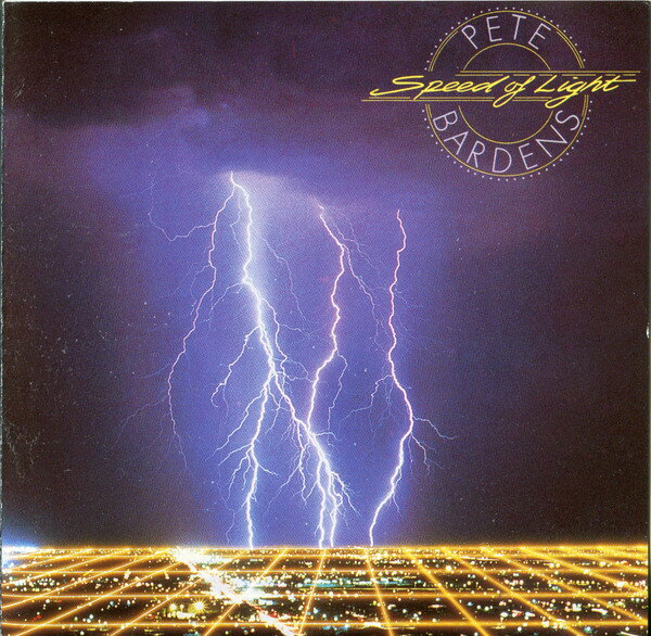 ・アーティスト Pete Bardens ・タイトル Speed of Light ・レーベル Capitol Records CDP7489672 ・フォーマット CD ・コンディション(盤) 良い (VG+) ・コンディション(ジャケット) ・コンディション(帯) オビなし ・特記事項 【ケース擦れ】【ケースにシール】【ケースキズ】 サンプル画像です。実際の商品の画像ではありません 商品写真はバーコード/カタログ番号に対応したサンプル画像ですので、お送りする商品の画像ではありません。帯やライナーなどの付属品は、特記事項に記載されている場合のみ含まれます。プロモやカラーレコードなどの仕様についても、該当する場合のみ特記事項に記載しています。 【ご購入前に必ずご確認ください】 ・本店サイト(www.recordcity.jp)とは価格、送料が違います ・本店サイト、その他支店のオーダーとは同梱発送できません ・別倉庫から発送しているため、店頭受け渡しは対応しておりません ・一部商品は他の通販サイトでも販売しているため、ご注文のタイミングによっては商品のご用意ができない場合がございます。 ・土日祝日はお休みです 金曜・祝前日9時以降のご連絡またはご入金は、返答または発送が週明け・祝日明けに順次対応となります。 ・ご購入後のキャンセル不可 ご購入後のキャンセルはいかなる理由においてもお受けできません。ご了承の上、ご購入くださいませ。 ・日本郵便(ゆうパック/ゆうメール)によるお届けになります。 ・中古品であることをご理解ください 当ストアではお客様よりお譲りいただいた中古商品を主に販売しております。中古品であることをご理解の上ご購入ください。また、一部商品はRecordCityオンラインストアで試聴可能です。 ・返品について お客様のご都合による返品は一切承っておりません。 表記の内容と実際の商品に相違がある場合、また針飛び等で返品・返金をご希望される場合は、商品の到着後1週間以内にご連絡ください。商品の返送をこちらで確認後、キャンセル・返金を行います。 コンディションVG以下の商品は返品できません。プレイに影響のない表面のこすれ傷、プレス起因のノイズ盤は返品の対象外です。 【コンディション表記】 ・ほぼ新品(M-)(Like New) 完全な新品。未使用。当店ではほぼ使用しません ・非常に良い(EX)(Excellent) 中古盤として美品な状態。わずかな経年を感じるものの傷みを感じさせない、当店基準で最高の状態 ・良い(VG+)(Very Good Plus) 丁寧に扱われた中古品で、軽い使用感がみられる。 ・可(VG)(Acceptable) 使い込まれた中古品で、「良い」よりもさらに使用感がみられる。 ・悪い(VG-)(Bad) 状態が悪いアイテム。使用の保障はなく、再生不可、針飛び、目立つノイズがあるかもしれない。状態によるクレーム不可。返品不可。 ・非常に悪い(G)(Very Bad) 「悪い」よりさらに状態が悪いアイテム。使用の保障はなく、再生不可、針飛び、目立つノイズがあるかもしれない。状態によるクレーム不可。返品不可。 ・ジャンク(Fair)(Junk/Fair) 割れている、反っている、水ダメージがある、カビ、ジャケットが分離している、ひどい書き込み、ひどい擦れなど最低の状態。使用の保障はなく、再生不可、針飛び、目立つノイズがあるかもしれない。状態によるクレーム不可。返品不可。 ・ジャンク(Poor)(Junk/Poor) 割れている、反っている、水ダメージがある、カビ、ジャケットが分離している、ひどい書き込み、ひどい擦れなど最低の状態。使用の保障はなく、再生不可、針飛び、目立つノイズがあるかもしれない。状態によるクレーム不可。返品不可。