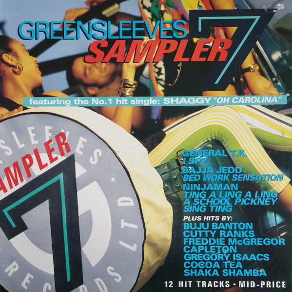・アーティスト Various ・タイトル Greensleeves Sampler 7 ・レーベル・型番 Greensleeves UK (Org) GRE27LP ・フォーマット LPレコード ・コンディション(盤) 良い (VG+) ・コンディション(ジャケット) 良い (VG+) ・コンディション(帯) オビなし ・特記事項 【カバー折れ/しわ】【盤に薄い跡】 サンプル画像です。実際の商品の画像ではありません 商品写真はバーコード/カタログ番号に対応したサンプル画像ですので、お送りする商品の画像ではありません。帯やライナーなどの付属品は、特記事項に記載されている場合のみ含まれます。プロモやカラーレコードなどの仕様についても、該当する場合のみ特記事項に記載しています。 【ご購入前に必ずご確認ください】 ・本店サイト(www.recordcity.jp)とは価格、送料が違います ・本店サイト、その他支店のオーダーとは同梱発送できません ・注文確定後に別の注文を頂いた場合、注文同士の同梱は致しかねます。 ・別倉庫から発送しているため、店頭受け渡しは対応しておりません ・一部商品は他の通販サイトでも販売しているため、ご注文のタイミングによっては商品のご用意ができない場合がございます。 ・土日祝日はお休みです 金曜・祝前日9時以降のご連絡またはご入金は、返答または発送が週明け・祝日明けに順次対応となります。 ・ご購入後のキャンセル不可 ご購入後のキャンセルはいかなる理由においてもお受けできません。ご了承の上、ご購入くださいませ。 ・日本郵便(ゆうパック/ゆうメール)によるお届けになります。 ・中古品であることをご理解ください 当ストアでは中古商品を主に販売しております。中古品であることをご理解の上ご購入ください。また、一部商品はRecordCityオンラインストアで試聴可能です。 ・返品について お客様のご都合による返品は一切承っておりません。 表記の内容と実際の商品に相違がある場合、また針飛び等で返品・返金をご希望される場合は、商品の到着後1週間以内にご連絡ください。商品の返送をこちらで確認後、キャンセル・返金を行います。 コンディションVG以下の商品は返品できません。プレイに影響のない表面のこすれ傷、プレス起因のノイズ盤は返品の対象外です。 【コンディション表記】 ・ほぼ新品(M-)(Like New) 完全な新品。未使用。当店ではほぼ使用しません ・非常に良い(EX)(Excellent) 中古盤として美品な状態。わずかな経年を感じるものの傷みを感じさせない、当店基準で最高の状態 ・良い(VG+)(Very Good Plus) 丁寧に扱われた中古品で、軽い使用感がみられる。 ・可(VG)(Acceptable) 使い込まれた中古品で、「良い」よりもさらに使用感がみられる。 ・悪い(VG-)(Bad) 状態が悪いアイテム。使用の保障はなく、再生不可、針飛び、目立つノイズがあるかもしれない。状態によるクレーム不可。返品不可。 ・非常に悪い(G)(Very Bad) 「悪い」よりさらに状態が悪いアイテム。使用の保障はなく、再生不可、針飛び、目立つノイズがあるかもしれない。状態によるクレーム不可。返品不可。 ・ジャンク(Fair)(Junk/Fair) 割れている、反っている、水ダメージがある、カビ、ジャケットが分離している、ひどい書き込み、ひどい擦れなど最低の状態。使用の保障はなく、再生不可、針飛び、目立つノイズがあるかもしれない。状態によるクレーム不可。返品不可。 ・ジャンク(Poor)(Junk/Poor) 割れている、反っている、水ダメージがある、カビ、ジャケットが分離している、ひどい書き込み、ひどい擦れなど最低の状態。使用の保障はなく、再生不可、針飛び、目立つノイズがあるかもしれない。状態によるクレーム不可。返品不可。