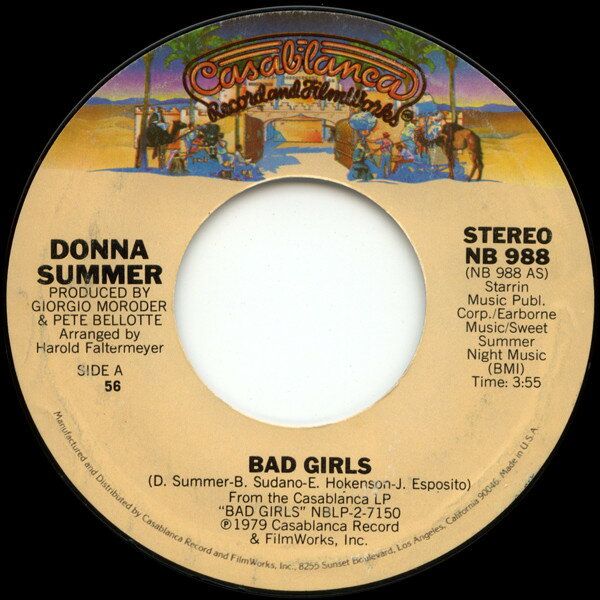 ・アーティスト Donna Summer ・タイトル Bad Girls ・レーベル・型番 CASABLANCA NB988 ・フォーマット 7インチレコード ・コンディション(盤) 良い (VG+) ・コンディション(ジャケット) プレインカバー（元ジャケット／カバー無し） ・コンディション(帯) オビなし ・特記事項 【盤に薄い跡】【レーベルに書き込み】 サンプル画像です。実際の商品の画像ではありません 商品写真はバーコード/カタログ番号に対応したサンプル画像ですので、お送りする商品の画像ではありません。帯やライナーなどの付属品は、特記事項に記載されている場合のみ含まれます。プロモやカラーレコードなどの仕様についても、該当する場合のみ特記事項に記載しています。 【ご購入前に必ずご確認ください】 ・本店サイト(www.recordcity.jp)とは価格、送料が違います ・本店サイト、その他支店のオーダーとは同梱発送できません ・注文確定後に別の注文を頂いた場合、注文同士の同梱は致しかねます。 ・別倉庫から発送しているため、店頭受け渡しは対応しておりません ・一部商品は他の通販サイトでも販売しているため、ご注文のタイミングによっては商品のご用意ができない場合がございます。 ・土日祝日はお休みです 金曜・祝前日9時以降のご連絡またはご入金は、返答または発送が週明け・祝日明けに順次対応となります。 ・ご購入後のキャンセル不可 ご購入後のキャンセルはいかなる理由においてもお受けできません。ご了承の上、ご購入くださいませ。 ・日本郵便(ゆうパック/ゆうメール)によるお届けになります。 ・中古品であることをご理解ください 当ストアでは中古商品を主に販売しております。中古品であることをご理解の上ご購入ください。また、一部商品はRecordCityオンラインストアで試聴可能です。 ・返品について お客様のご都合による返品は一切承っておりません。 表記の内容と実際の商品に相違がある場合、また針飛び等で返品・返金をご希望される場合は、商品の到着後1週間以内にご連絡ください。商品の返送をこちらで確認後、キャンセル・返金を行います。 コンディションVG以下の商品は返品できません。プレイに影響のない表面のこすれ傷、プレス起因のノイズ盤は返品の対象外です。 【コンディション表記】 ・ほぼ新品(M-)(Like New) 完全な新品。未使用。当店ではほぼ使用しません ・非常に良い(EX)(Excellent) 中古盤として美品な状態。わずかな経年を感じるものの傷みを感じさせない、当店基準で最高の状態 ・良い(VG+)(Very Good Plus) 丁寧に扱われた中古品で、軽い使用感がみられる。 ・可(VG)(Acceptable) 使い込まれた中古品で、「良い」よりもさらに使用感がみられる。 ・悪い(VG-)(Bad) 状態が悪いアイテム。使用の保障はなく、再生不可、針飛び、目立つノイズがあるかもしれない。状態によるクレーム不可。返品不可。 ・非常に悪い(G)(Very Bad) 「悪い」よりさらに状態が悪いアイテム。使用の保障はなく、再生不可、針飛び、目立つノイズがあるかもしれない。状態によるクレーム不可。返品不可。 ・ジャンク(Fair)(Junk/Fair) 割れている、反っている、水ダメージがある、カビ、ジャケットが分離している、ひどい書き込み、ひどい擦れなど最低の状態。使用の保障はなく、再生不可、針飛び、目立つノイズがあるかもしれない。状態によるクレーム不可。返品不可。 ・ジャンク(Poor)(Junk/Poor) 割れている、反っている、水ダメージがある、カビ、ジャケットが分離している、ひどい書き込み、ひどい擦れなど最低の状態。使用の保障はなく、再生不可、針飛び、目立つノイズがあるかもしれない。状態によるクレーム不可。返品不可。