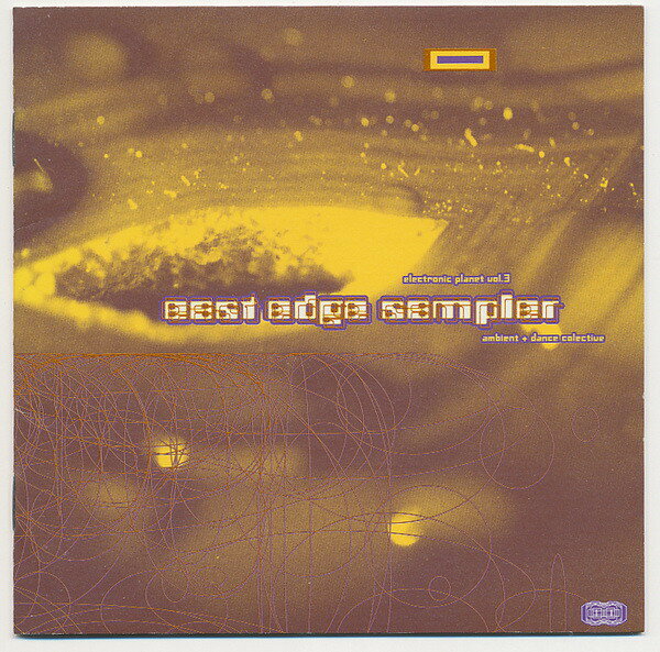 ・アーティスト Various ・タイトル Electronic Planet Vol. 3 - East Edge Sampler ・レーベル TDK Records TDCD1038 ・フォーマット CD ・コンディション(盤) 良い (VG+) ・コンディション(ジャケット) ・コンディション(帯) オビなし ・特記事項 【盤に目立ったキズ】 サンプル画像です。実際の商品の画像ではありません 商品写真はバーコード/カタログ番号に対応したサンプル画像ですので、お送りする商品の画像ではありません。帯やライナーなどの付属品は、特記事項に記載されている場合のみ含まれます。プロモやカラーレコードなどの仕様についても、該当する場合のみ特記事項に記載しています。 【ご購入前に必ずご確認ください】 ・本店サイト(www.recordcity.jp)とは価格、送料が違います ・本店サイト、その他支店のオーダーとは同梱発送できません ・別倉庫から発送しているため、店頭受け渡しは対応しておりません ・一部商品は他の通販サイトでも販売しているため、ご注文のタイミングによっては商品のご用意ができない場合がございます。 ・土日祝日はお休みです 金曜・祝前日9時以降のご連絡またはご入金は、返答または発送が週明け・祝日明けに順次対応となります。 ・ご購入後のキャンセル不可 ご購入後のキャンセルはいかなる理由においてもお受けできません。ご了承の上、ご購入くださいませ。 ・日本郵便(ゆうパック/ゆうメール)によるお届けになります。 ・中古品であることをご理解ください 当ストアではお客様よりお譲りいただいた中古商品を主に販売しております。中古品であることをご理解の上ご購入ください。また、一部商品はRecordCityオンラインストアで試聴可能です。 ・返品について お客様のご都合による返品は一切承っておりません。 表記の内容と実際の商品に相違がある場合、また針飛び等で返品・返金をご希望される場合は、商品の到着後1週間以内にご連絡ください。商品の返送をこちらで確認後、キャンセル・返金を行います。 コンディションVG以下の商品は返品できません。プレイに影響のない表面のこすれ傷、プレス起因のノイズ盤は返品の対象外です。 【コンディション表記】 ・ほぼ新品(M-)(Like New) 完全な新品。未使用。当店ではほぼ使用しません ・非常に良い(EX)(Excellent) 中古盤として美品な状態。わずかな経年を感じるものの傷みを感じさせない、当店基準で最高の状態 ・良い(VG+)(Very Good Plus) 丁寧に扱われた中古品で、軽い使用感がみられる。 ・可(VG)(Acceptable) 使い込まれた中古品で、「良い」よりもさらに使用感がみられる。 ・悪い(VG-)(Bad) 状態が悪いアイテム。使用の保障はなく、再生不可、針飛び、目立つノイズがあるかもしれない。状態によるクレーム不可。返品不可。 ・非常に悪い(G)(Very Bad) 「悪い」よりさらに状態が悪いアイテム。使用の保障はなく、再生不可、針飛び、目立つノイズがあるかもしれない。状態によるクレーム不可。返品不可。 ・ジャンク(Fair)(Junk/Fair) 割れている、反っている、水ダメージがある、カビ、ジャケットが分離している、ひどい書き込み、ひどい擦れなど最低の状態。使用の保障はなく、再生不可、針飛び、目立つノイズがあるかもしれない。状態によるクレーム不可。返品不可。 ・ジャンク(Poor)(Junk/Poor) 割れている、反っている、水ダメージがある、カビ、ジャケットが分離している、ひどい書き込み、ひどい擦れなど最低の状態。使用の保障はなく、再生不可、針飛び、目立つノイズがあるかもしれない。状態によるクレーム不可。返品不可。
