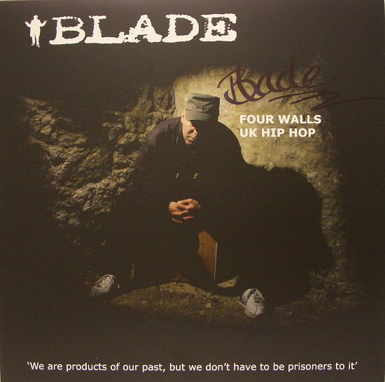 ・アーティスト Blade ・タイトル Four Walls / UK Hip Hop ・レーベル・型番 691 Influential BLADE1218 ・フォーマット 12インチレコード ・コンディション(盤) 良い (VG+) ・コンディション(ジャケット) 良い (VG+) ・コンディション(帯) オビなし ・特記事項 サンプル画像です。実際の商品の画像ではありません 商品写真はバーコード/カタログ番号に対応したサンプル画像ですので、お送りする商品の画像ではありません。帯やライナーなどの付属品は、特記事項に記載されている場合のみ含まれます。プロモやカラーレコードなどの仕様についても、該当する場合のみ特記事項に記載しています。 【ご購入前に必ずご確認ください】 ・本店サイト(www.recordcity.jp)とは価格、送料が違います ・本店サイト、その他支店のオーダーとは同梱発送できません ・注文確定後に別の注文を頂いた場合、注文同士の同梱は致しかねます。 ・別倉庫から発送しているため、店頭受け渡しは対応しておりません ・一部商品は他の通販サイトでも販売しているため、ご注文のタイミングによっては商品のご用意ができない場合がございます。 ・土日祝日はお休みです 金曜・祝前日9時以降のご連絡またはご入金は、返答または発送が週明け・祝日明けに順次対応となります。 ・ご購入後のキャンセル不可 ご購入後のキャンセルはいかなる理由においてもお受けできません。ご了承の上、ご購入くださいませ。 ・日本郵便(ゆうパック/ゆうメール)によるお届けになります。 ・中古品であることをご理解ください 当ストアでは中古商品を主に販売しております。中古品であることをご理解の上ご購入ください。また、一部商品はRecordCityオンラインストアで試聴可能です。 ・返品について お客様のご都合による返品は一切承っておりません。 表記の内容と実際の商品に相違がある場合、また針飛び等で返品・返金をご希望される場合は、商品の到着後1週間以内にご連絡ください。商品の返送をこちらで確認後、キャンセル・返金を行います。 コンディションVG以下の商品は返品できません。プレイに影響のない表面のこすれ傷、プレス起因のノイズ盤は返品の対象外です。 【コンディション表記】 ・ほぼ新品(M-)(Like New) 完全な新品。未使用。当店ではほぼ使用しません ・非常に良い(EX)(Excellent) 中古盤として美品な状態。わずかな経年を感じるものの傷みを感じさせない、当店基準で最高の状態 ・良い(VG+)(Very Good Plus) 丁寧に扱われた中古品で、軽い使用感がみられる。 ・可(VG)(Acceptable) 使い込まれた中古品で、「良い」よりもさらに使用感がみられる。 ・悪い(VG-)(Bad) 状態が悪いアイテム。使用の保障はなく、再生不可、針飛び、目立つノイズがあるかもしれない。状態によるクレーム不可。返品不可。 ・非常に悪い(G)(Very Bad) 「悪い」よりさらに状態が悪いアイテム。使用の保障はなく、再生不可、針飛び、目立つノイズがあるかもしれない。状態によるクレーム不可。返品不可。 ・ジャンク(Fair)(Junk/Fair) 割れている、反っている、水ダメージがある、カビ、ジャケットが分離している、ひどい書き込み、ひどい擦れなど最低の状態。使用の保障はなく、再生不可、針飛び、目立つノイズがあるかもしれない。状態によるクレーム不可。返品不可。 ・ジャンク(Poor)(Junk/Poor) 割れている、反っている、水ダメージがある、カビ、ジャケットが分離している、ひどい書き込み、ひどい擦れなど最低の状態。使用の保障はなく、再生不可、針飛び、目立つノイズがあるかもしれない。状態によるクレーム不可。返品不可。