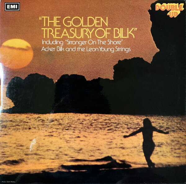 ・アーティスト Acker Bilk ・タイトル The Golden Treasury Of Bilk ・レーベル・型番 Double-Up DUO104 ・フォーマット LPレコード ・コンディション(盤) 良い (VG+) ・コンディション(ジャケット) 良い (VG+) ・コンディション(帯) オビなし ・特記事項 【カバー小さな破れ】 サンプル画像です。実際の商品の画像ではありません 商品写真はバーコード/カタログ番号に対応したサンプル画像ですので、お送りする商品の画像ではありません。帯やライナーなどの付属品は、特記事項に記載されている場合のみ含まれます。プロモやカラーレコードなどの仕様についても、該当する場合のみ特記事項に記載しています。 【ご購入前に必ずご確認ください】 ・本店サイト(www.recordcity.jp)とは価格、送料が違います ・本店サイト、その他支店のオーダーとは同梱発送できません ・注文確定後に別の注文を頂いた場合、注文同士の同梱は致しかねます。 ・別倉庫から発送しているため、店頭受け渡しは対応しておりません ・一部商品は他の通販サイトでも販売しているため、ご注文のタイミングによっては商品のご用意ができない場合がございます。 ・土日祝日はお休みです 金曜・祝前日9時以降のご連絡またはご入金は、返答または発送が週明け・祝日明けに順次対応となります。 ・ご購入後のキャンセル不可 ご購入後のキャンセルはいかなる理由においてもお受けできません。ご了承の上、ご購入くださいませ。 ・日本郵便(ゆうパック/ゆうメール)によるお届けになります。 ・中古品であることをご理解ください 当ストアでは中古商品を主に販売しております。中古品であることをご理解の上ご購入ください。また、一部商品はRecordCityオンラインストアで試聴可能です。 ・返品について お客様のご都合による返品は一切承っておりません。 表記の内容と実際の商品に相違がある場合、また針飛び等で返品・返金をご希望される場合は、商品の到着後1週間以内にご連絡ください。商品の返送をこちらで確認後、キャンセル・返金を行います。 コンディションVG以下の商品は返品できません。プレイに影響のない表面のこすれ傷、プレス起因のノイズ盤は返品の対象外です。 【コンディション表記】 ・ほぼ新品(M-)(Like New) 完全な新品。未使用。当店ではほぼ使用しません ・非常に良い(EX)(Excellent) 中古盤として美品な状態。わずかな経年を感じるものの傷みを感じさせない、当店基準で最高の状態 ・良い(VG+)(Very Good Plus) 丁寧に扱われた中古品で、軽い使用感がみられる。 ・可(VG)(Acceptable) 使い込まれた中古品で、「良い」よりもさらに使用感がみられる。 ・悪い(VG-)(Bad) 状態が悪いアイテム。使用の保障はなく、再生不可、針飛び、目立つノイズがあるかもしれない。状態によるクレーム不可。返品不可。 ・非常に悪い(G)(Very Bad) 「悪い」よりさらに状態が悪いアイテム。使用の保障はなく、再生不可、針飛び、目立つノイズがあるかもしれない。状態によるクレーム不可。返品不可。 ・ジャンク(Fair)(Junk/Fair) 割れている、反っている、水ダメージがある、カビ、ジャケットが分離している、ひどい書き込み、ひどい擦れなど最低の状態。使用の保障はなく、再生不可、針飛び、目立つノイズがあるかもしれない。状態によるクレーム不可。返品不可。 ・ジャンク(Poor)(Junk/Poor) 割れている、反っている、水ダメージがある、カビ、ジャケットが分離している、ひどい書き込み、ひどい擦れなど最低の状態。使用の保障はなく、再生不可、針飛び、目立つノイズがあるかもしれない。状態によるクレーム不可。返品不可。