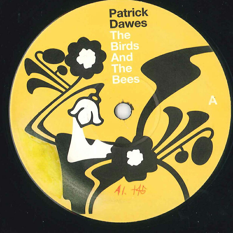・アーティスト Patrick Dawes ・タイトル Birds And The Bees ・レーベル・型番 TUMMY TOUCH TUCH105 ・フォーマット 12インチレコード ・コンディション(盤) 良い (VG+) ・コンディション(ジャケット) プレインカバー（元ジャケット／カバー無し） ・コンディション(帯) オビなし ・特記事項 【レーベルに書き込み】 サンプル画像です。実際の商品の画像ではありません 商品写真はバーコード/カタログ番号に対応したサンプル画像ですので、お送りする商品の画像ではありません。帯やライナーなどの付属品は、特記事項に記載されている場合のみ含まれます。プロモやカラーレコードなどの仕様についても、該当する場合のみ特記事項に記載しています。 【ご購入前に必ずご確認ください】 ・本店サイト(www.recordcity.jp)とは価格、送料が違います ・本店サイト、その他支店のオーダーとは同梱発送できません ・注文確定後に別の注文を頂いた場合、注文同士の同梱は致しかねます。 ・別倉庫から発送しているため、店頭受け渡しは対応しておりません ・一部商品は他の通販サイトでも販売しているため、ご注文のタイミングによっては商品のご用意ができない場合がございます。 ・土日祝日はお休みです 金曜・祝前日9時以降のご連絡またはご入金は、返答または発送が週明け・祝日明けに順次対応となります。 ・ご購入後のキャンセル不可 ご購入後のキャンセルはいかなる理由においてもお受けできません。ご了承の上、ご購入くださいませ。 ・日本郵便(ゆうパック/ゆうメール)によるお届けになります。 ・中古品であることをご理解ください 当ストアでは中古商品を主に販売しております。中古品であることをご理解の上ご購入ください。また、一部商品はRecordCityオンラインストアで試聴可能です。 ・返品について お客様のご都合による返品は一切承っておりません。 表記の内容と実際の商品に相違がある場合、また針飛び等で返品・返金をご希望される場合は、商品の到着後1週間以内にご連絡ください。商品の返送をこちらで確認後、キャンセル・返金を行います。 コンディションVG以下の商品は返品できません。プレイに影響のない表面のこすれ傷、プレス起因のノイズ盤は返品の対象外です。 【コンディション表記】 ・ほぼ新品(M-)(Like New) 完全な新品。未使用。当店ではほぼ使用しません ・非常に良い(EX)(Excellent) 中古盤として美品な状態。わずかな経年を感じるものの傷みを感じさせない、当店基準で最高の状態 ・良い(VG+)(Very Good Plus) 丁寧に扱われた中古品で、軽い使用感がみられる。 ・可(VG)(Acceptable) 使い込まれた中古品で、「良い」よりもさらに使用感がみられる。 ・悪い(VG-)(Bad) 状態が悪いアイテム。使用の保障はなく、再生不可、針飛び、目立つノイズがあるかもしれない。状態によるクレーム不可。返品不可。 ・非常に悪い(G)(Very Bad) 「悪い」よりさらに状態が悪いアイテム。使用の保障はなく、再生不可、針飛び、目立つノイズがあるかもしれない。状態によるクレーム不可。返品不可。 ・ジャンク(Fair)(Junk/Fair) 割れている、反っている、水ダメージがある、カビ、ジャケットが分離している、ひどい書き込み、ひどい擦れなど最低の状態。使用の保障はなく、再生不可、針飛び、目立つノイズがあるかもしれない。状態によるクレーム不可。返品不可。 ・ジャンク(Poor)(Junk/Poor) 割れている、反っている、水ダメージがある、カビ、ジャケットが分離している、ひどい書き込み、ひどい擦れなど最低の状態。使用の保障はなく、再生不可、針飛び、目立つノイズがあるかもしれない。状態によるクレーム不可。返品不可。