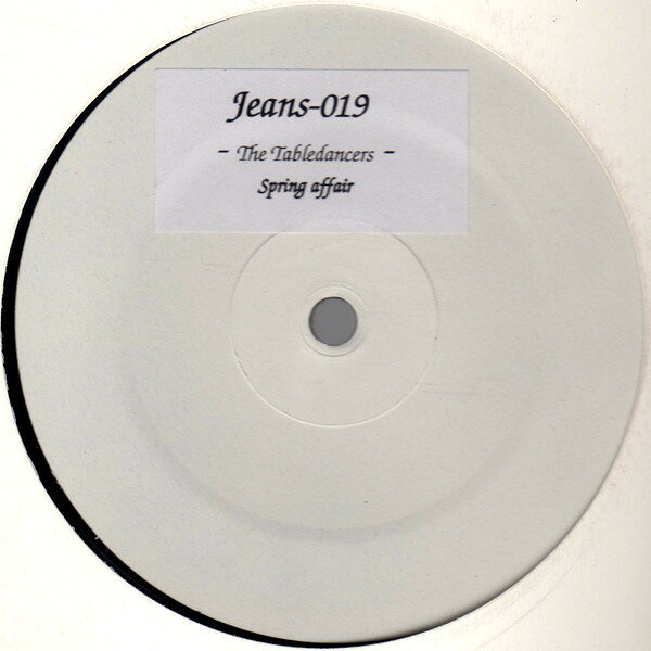 ・アーティスト Tabledancers ・タイトル Spring ・レーベル・型番 JEANS JEANS019PROMO ・フォーマット 12インチレコード ・コンディション(盤) 良い (VG+) ・コンディション(ジャケット) ・コンディション(帯) オビなし ・特記事項 【プロモ盤】 【レーベルに書き込み】 サンプル画像です。実際の商品の画像ではありません 商品写真はバーコード/カタログ番号に対応したサンプル画像ですので、お送りする商品の画像ではありません。帯やライナーなどの付属品は、特記事項に記載されている場合のみ含まれます。プロモやカラーレコードなどの仕様についても、該当する場合のみ特記事項に記載しています。 【ご購入前に必ずご確認ください】 ・本店サイト(www.recordcity.jp)とは価格、送料が違います ・本店サイト、その他支店のオーダーとは同梱発送できません ・注文確定後に別の注文を頂いた場合、注文同士の同梱は致しかねます。 ・別倉庫から発送しているため、店頭受け渡しは対応しておりません ・一部商品は他の通販サイトでも販売しているため、ご注文のタイミングによっては商品のご用意ができない場合がございます。 ・土日祝日はお休みです 金曜・祝前日9時以降のご連絡またはご入金は、返答または発送が週明け・祝日明けに順次対応となります。 ・ご購入後のキャンセル不可 ご購入後のキャンセルはいかなる理由においてもお受けできません。ご了承の上、ご購入くださいませ。 ・日本郵便(ゆうパック/ゆうメール)によるお届けになります。 ・中古品であることをご理解ください 当ストアでは中古商品を主に販売しております。中古品であることをご理解の上ご購入ください。また、一部商品はRecordCityオンラインストアで試聴可能です。 ・返品について お客様のご都合による返品は一切承っておりません。 表記の内容と実際の商品に相違がある場合、また針飛び等で返品・返金をご希望される場合は、商品の到着後1週間以内にご連絡ください。商品の返送をこちらで確認後、キャンセル・返金を行います。 コンディションVG以下の商品は返品できません。プレイに影響のない表面のこすれ傷、プレス起因のノイズ盤は返品の対象外です。 【コンディション表記】 ・ほぼ新品(M-)(Like New) 完全な新品。未使用。当店ではほぼ使用しません ・非常に良い(EX)(Excellent) 中古盤として美品な状態。わずかな経年を感じるものの傷みを感じさせない、当店基準で最高の状態 ・良い(VG+)(Very Good Plus) 丁寧に扱われた中古品で、軽い使用感がみられる。 ・可(VG)(Acceptable) 使い込まれた中古品で、「良い」よりもさらに使用感がみられる。 ・悪い(VG-)(Bad) 状態が悪いアイテム。使用の保障はなく、再生不可、針飛び、目立つノイズがあるかもしれない。状態によるクレーム不可。返品不可。 ・非常に悪い(G)(Very Bad) 「悪い」よりさらに状態が悪いアイテム。使用の保障はなく、再生不可、針飛び、目立つノイズがあるかもしれない。状態によるクレーム不可。返品不可。 ・ジャンク(Fair)(Junk/Fair) 割れている、反っている、水ダメージがある、カビ、ジャケットが分離している、ひどい書き込み、ひどい擦れなど最低の状態。使用の保障はなく、再生不可、針飛び、目立つノイズがあるかもしれない。状態によるクレーム不可。返品不可。 ・ジャンク(Poor)(Junk/Poor) 割れている、反っている、水ダメージがある、カビ、ジャケットが分離している、ひどい書き込み、ひどい擦れなど最低の状態。使用の保障はなく、再生不可、針飛び、目立つノイズがあるかもしれない。状態によるクレーム不可。返品不可。