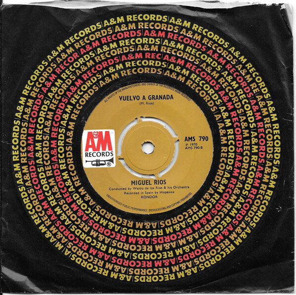 ・アーティスト Miguel Rios ・タイトル A Song Of Joy ・レーベル・型番 A&M AMS790 ・フォーマット 7インチレコード ・コンディション(盤) 良い (VG+) ・コンディション(ジャケット) プレインカバー（元ジャケット／カバー無し） ・コンディション(帯) オビなし ・特記事項 【盤に薄い跡】 サンプル画像です。実際の商品の画像ではありません 商品写真はバーコード/カタログ番号に対応したサンプル画像ですので、お送りする商品の画像ではありません。帯やライナーなどの付属品は、特記事項に記載されている場合のみ含まれます。プロモやカラーレコードなどの仕様についても、該当する場合のみ特記事項に記載しています。 【ご購入前に必ずご確認ください】 ・本店サイト(www.recordcity.jp)とは価格、送料が違います ・本店サイト、その他支店のオーダーとは同梱発送できません ・注文確定後に別の注文を頂いた場合、注文同士の同梱は致しかねます。 ・別倉庫から発送しているため、店頭受け渡しは対応しておりません ・一部商品は他の通販サイトでも販売しているため、ご注文のタイミングによっては商品のご用意ができない場合がございます。 ・土日祝日はお休みです 金曜・祝前日9時以降のご連絡またはご入金は、返答または発送が週明け・祝日明けに順次対応となります。 ・ご購入後のキャンセル不可 ご購入後のキャンセルはいかなる理由においてもお受けできません。ご了承の上、ご購入くださいませ。 ・日本郵便(ゆうパック/ゆうメール)によるお届けになります。 ・中古品であることをご理解ください 当ストアでは中古商品を主に販売しております。中古品であることをご理解の上ご購入ください。また、一部商品はRecordCityオンラインストアで試聴可能です。 ・返品について お客様のご都合による返品は一切承っておりません。 表記の内容と実際の商品に相違がある場合、また針飛び等で返品・返金をご希望される場合は、商品の到着後1週間以内にご連絡ください。商品の返送をこちらで確認後、キャンセル・返金を行います。 コンディションVG以下の商品は返品できません。プレイに影響のない表面のこすれ傷、プレス起因のノイズ盤は返品の対象外です。 【コンディション表記】 ・ほぼ新品(M-)(Like New) 完全な新品。未使用。当店ではほぼ使用しません ・非常に良い(EX)(Excellent) 中古盤として美品な状態。わずかな経年を感じるものの傷みを感じさせない、当店基準で最高の状態 ・良い(VG+)(Very Good Plus) 丁寧に扱われた中古品で、軽い使用感がみられる。 ・可(VG)(Acceptable) 使い込まれた中古品で、「良い」よりもさらに使用感がみられる。 ・悪い(VG-)(Bad) 状態が悪いアイテム。使用の保障はなく、再生不可、針飛び、目立つノイズがあるかもしれない。状態によるクレーム不可。返品不可。 ・非常に悪い(G)(Very Bad) 「悪い」よりさらに状態が悪いアイテム。使用の保障はなく、再生不可、針飛び、目立つノイズがあるかもしれない。状態によるクレーム不可。返品不可。 ・ジャンク(Fair)(Junk/Fair) 割れている、反っている、水ダメージがある、カビ、ジャケットが分離している、ひどい書き込み、ひどい擦れなど最低の状態。使用の保障はなく、再生不可、針飛び、目立つノイズがあるかもしれない。状態によるクレーム不可。返品不可。 ・ジャンク(Poor)(Junk/Poor) 割れている、反っている、水ダメージがある、カビ、ジャケットが分離している、ひどい書き込み、ひどい擦れなど最低の状態。使用の保障はなく、再生不可、針飛び、目立つノイズがあるかもしれない。状態によるクレーム不可。返品不可。