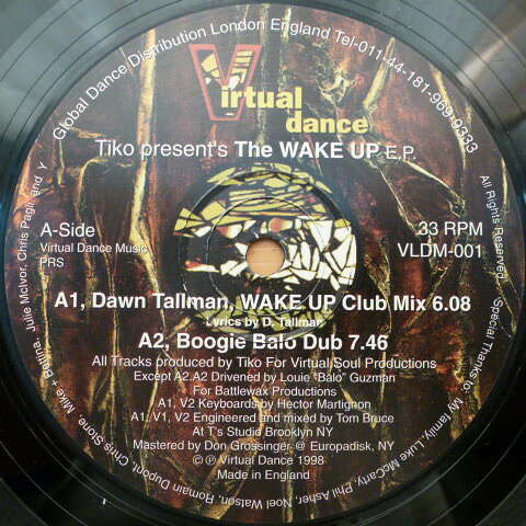 ・アーティスト Tiko ・タイトル The Wake Up E.P. ・レーベル・型番 Virtual Dance Music VLDM001 ・フォーマット 12インチレコード ・コンディション(盤) 良い (VG+) ・コンディション(ジャケット) プレインカバー（元ジャケット／カバー無し） ・コンディション(帯) オビなし ・特記事項 【盤に薄い跡】 サンプル画像です。実際の商品の画像ではありません 商品写真はバーコード/カタログ番号に対応したサンプル画像ですので、お送りする商品の画像ではありません。帯やライナーなどの付属品は、特記事項に記載されている場合のみ含まれます。プロモやカラーレコードなどの仕様についても、該当する場合のみ特記事項に記載しています。 【ご購入前に必ずご確認ください】 ・本店サイト(www.recordcity.jp)とは価格、送料が違います ・本店サイト、その他支店のオーダーとは同梱発送できません ・注文確定後に別の注文を頂いた場合、注文同士の同梱は致しかねます。 ・別倉庫から発送しているため、店頭受け渡しは対応しておりません ・一部商品は他の通販サイトでも販売しているため、ご注文のタイミングによっては商品のご用意ができない場合がございます。 ・土日祝日はお休みです 金曜・祝前日9時以降のご連絡またはご入金は、返答または発送が週明け・祝日明けに順次対応となります。 ・ご購入後のキャンセル不可 ご購入後のキャンセルはいかなる理由においてもお受けできません。ご了承の上、ご購入くださいませ。 ・日本郵便(ゆうパック/ゆうメール)によるお届けになります。 ・中古品であることをご理解ください 当ストアでは中古商品を主に販売しております。中古品であることをご理解の上ご購入ください。また、一部商品はRecordCityオンラインストアで試聴可能です。 ・返品について お客様のご都合による返品は一切承っておりません。 表記の内容と実際の商品に相違がある場合、また針飛び等で返品・返金をご希望される場合は、商品の到着後1週間以内にご連絡ください。商品の返送をこちらで確認後、キャンセル・返金を行います。 コンディションVG以下の商品は返品できません。プレイに影響のない表面のこすれ傷、プレス起因のノイズ盤は返品の対象外です。 【コンディション表記】 ・ほぼ新品(M-)(Like New) 完全な新品。未使用。当店ではほぼ使用しません ・非常に良い(EX)(Excellent) 中古盤として美品な状態。わずかな経年を感じるものの傷みを感じさせない、当店基準で最高の状態 ・良い(VG+)(Very Good Plus) 丁寧に扱われた中古品で、軽い使用感がみられる。 ・可(VG)(Acceptable) 使い込まれた中古品で、「良い」よりもさらに使用感がみられる。 ・悪い(VG-)(Bad) 状態が悪いアイテム。使用の保障はなく、再生不可、針飛び、目立つノイズがあるかもしれない。状態によるクレーム不可。返品不可。 ・非常に悪い(G)(Very Bad) 「悪い」よりさらに状態が悪いアイテム。使用の保障はなく、再生不可、針飛び、目立つノイズがあるかもしれない。状態によるクレーム不可。返品不可。 ・ジャンク(Fair)(Junk/Fair) 割れている、反っている、水ダメージがある、カビ、ジャケットが分離している、ひどい書き込み、ひどい擦れなど最低の状態。使用の保障はなく、再生不可、針飛び、目立つノイズがあるかもしれない。状態によるクレーム不可。返品不可。 ・ジャンク(Poor)(Junk/Poor) 割れている、反っている、水ダメージがある、カビ、ジャケットが分離している、ひどい書き込み、ひどい擦れなど最低の状態。使用の保障はなく、再生不可、針飛び、目立つノイズがあるかもしれない。状態によるクレーム不可。返品不可。