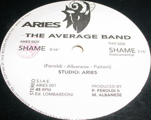 ・アーティスト Average Band ・タイトル Shame ・レーベル・型番 Aries Records ARIES001 ・フォーマット 12インチレコード ・コンディション(盤) 良い (VG+) ・コンディション(ジャケット) プレインカバー（元ジャケット／カバー無し） ・コンディション(帯) オビなし ・特記事項 【レーベルに書き込み】 サンプル画像です。実際の商品の画像ではありません 商品写真はバーコード/カタログ番号に対応したサンプル画像ですので、お送りする商品の画像ではありません。帯やライナーなどの付属品は、特記事項に記載されている場合のみ含まれます。プロモやカラーレコードなどの仕様についても、該当する場合のみ特記事項に記載しています。 【ご購入前に必ずご確認ください】 ・本店サイト(www.recordcity.jp)とは価格、送料が違います ・本店サイト、その他支店のオーダーとは同梱発送できません ・注文確定後に別の注文を頂いた場合、注文同士の同梱は致しかねます。 ・別倉庫から発送しているため、店頭受け渡しは対応しておりません ・一部商品は他の通販サイトでも販売しているため、ご注文のタイミングによっては商品のご用意ができない場合がございます。 ・土日祝日はお休みです 金曜・祝前日9時以降のご連絡またはご入金は、返答または発送が週明け・祝日明けに順次対応となります。 ・ご購入後のキャンセル不可 ご購入後のキャンセルはいかなる理由においてもお受けできません。ご了承の上、ご購入くださいませ。 ・日本郵便(ゆうパック/ゆうメール)によるお届けになります。 ・中古品であることをご理解ください 当ストアでは中古商品を主に販売しております。中古品であることをご理解の上ご購入ください。また、一部商品はRecordCityオンラインストアで試聴可能です。 ・返品について お客様のご都合による返品は一切承っておりません。 表記の内容と実際の商品に相違がある場合、また針飛び等で返品・返金をご希望される場合は、商品の到着後1週間以内にご連絡ください。商品の返送をこちらで確認後、キャンセル・返金を行います。 コンディションVG以下の商品は返品できません。プレイに影響のない表面のこすれ傷、プレス起因のノイズ盤は返品の対象外です。 【コンディション表記】 ・ほぼ新品(M-)(Like New) 完全な新品。未使用。当店ではほぼ使用しません ・非常に良い(EX)(Excellent) 中古盤として美品な状態。わずかな経年を感じるものの傷みを感じさせない、当店基準で最高の状態 ・良い(VG+)(Very Good Plus) 丁寧に扱われた中古品で、軽い使用感がみられる。 ・可(VG)(Acceptable) 使い込まれた中古品で、「良い」よりもさらに使用感がみられる。 ・悪い(VG-)(Bad) 状態が悪いアイテム。使用の保障はなく、再生不可、針飛び、目立つノイズがあるかもしれない。状態によるクレーム不可。返品不可。 ・非常に悪い(G)(Very Bad) 「悪い」よりさらに状態が悪いアイテム。使用の保障はなく、再生不可、針飛び、目立つノイズがあるかもしれない。状態によるクレーム不可。返品不可。 ・ジャンク(Fair)(Junk/Fair) 割れている、反っている、水ダメージがある、カビ、ジャケットが分離している、ひどい書き込み、ひどい擦れなど最低の状態。使用の保障はなく、再生不可、針飛び、目立つノイズがあるかもしれない。状態によるクレーム不可。返品不可。 ・ジャンク(Poor)(Junk/Poor) 割れている、反っている、水ダメージがある、カビ、ジャケットが分離している、ひどい書き込み、ひどい擦れなど最低の状態。使用の保障はなく、再生不可、針飛び、目立つノイズがあるかもしれない。状態によるクレーム不可。返品不可。