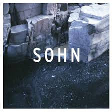 ・アーティスト SOHN ・タイトル Lessons ・レーベル・型番 4AD BAD3339 ・フォーマット 12インチレコード ・コンディション(盤) 良い (VG+) ・コンディション(ジャケット) 良い (VG+) ・コンディション(帯) オビなし ・特記事項 サンプル画像です。実際の商品の画像ではありません 商品写真はバーコード/カタログ番号に対応したサンプル画像ですので、お送りする商品の画像ではありません。帯やライナーなどの付属品は、特記事項に記載されている場合のみ含まれます。プロモやカラーレコードなどの仕様についても、該当する場合のみ特記事項に記載しています。 【ご購入前に必ずご確認ください】 ・本店サイト(www.recordcity.jp)とは価格、送料が違います ・本店サイト、その他支店のオーダーとは同梱発送できません ・注文確定後に別の注文を頂いた場合、注文同士の同梱は致しかねます。 ・別倉庫から発送しているため、店頭受け渡しは対応しておりません ・一部商品は他の通販サイトでも販売しているため、ご注文のタイミングによっては商品のご用意ができない場合がございます。 ・土日祝日はお休みです 金曜・祝前日9時以降のご連絡またはご入金は、返答または発送が週明け・祝日明けに順次対応となります。 ・ご購入後のキャンセル不可 ご購入後のキャンセルはいかなる理由においてもお受けできません。ご了承の上、ご購入くださいませ。 ・日本郵便(ゆうパック/ゆうメール)によるお届けになります。 ・中古品であることをご理解ください 当ストアでは中古商品を主に販売しております。中古品であることをご理解の上ご購入ください。また、一部商品はRecordCityオンラインストアで試聴可能です。 ・返品について お客様のご都合による返品は一切承っておりません。 表記の内容と実際の商品に相違がある場合、また針飛び等で返品・返金をご希望される場合は、商品の到着後1週間以内にご連絡ください。商品の返送をこちらで確認後、キャンセル・返金を行います。 コンディションVG以下の商品は返品できません。プレイに影響のない表面のこすれ傷、プレス起因のノイズ盤は返品の対象外です。 【コンディション表記】 ・ほぼ新品(M-)(Like New) 完全な新品。未使用。当店ではほぼ使用しません ・非常に良い(EX)(Excellent) 中古盤として美品な状態。わずかな経年を感じるものの傷みを感じさせない、当店基準で最高の状態 ・良い(VG+)(Very Good Plus) 丁寧に扱われた中古品で、軽い使用感がみられる。 ・可(VG)(Acceptable) 使い込まれた中古品で、「良い」よりもさらに使用感がみられる。 ・悪い(VG-)(Bad) 状態が悪いアイテム。使用の保障はなく、再生不可、針飛び、目立つノイズがあるかもしれない。状態によるクレーム不可。返品不可。 ・非常に悪い(G)(Very Bad) 「悪い」よりさらに状態が悪いアイテム。使用の保障はなく、再生不可、針飛び、目立つノイズがあるかもしれない。状態によるクレーム不可。返品不可。 ・ジャンク(Fair)(Junk/Fair) 割れている、反っている、水ダメージがある、カビ、ジャケットが分離している、ひどい書き込み、ひどい擦れなど最低の状態。使用の保障はなく、再生不可、針飛び、目立つノイズがあるかもしれない。状態によるクレーム不可。返品不可。 ・ジャンク(Poor)(Junk/Poor) 割れている、反っている、水ダメージがある、カビ、ジャケットが分離している、ひどい書き込み、ひどい擦れなど最低の状態。使用の保障はなく、再生不可、針飛び、目立つノイズがあるかもしれない。状態によるクレーム不可。返品不可。