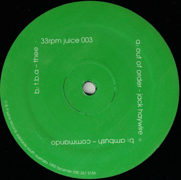 ・アーティスト Various ・タイトル Out Of Order ・レーベル・型番 Juice Records juice003 ・フォーマット 12インチレコード ・コンディション(盤) 良い (VG+) ・コンディション(ジャケット) プレインカバー（元ジャケット／カバー無し） ・コンディション(帯) オビなし ・特記事項 サンプル画像です。実際の商品の画像ではありません 商品写真はバーコード/カタログ番号に対応したサンプル画像ですので、お送りする商品の画像ではありません。帯やライナーなどの付属品は、特記事項に記載されている場合のみ含まれます。プロモやカラーレコードなどの仕様についても、該当する場合のみ特記事項に記載しています。 【ご購入前に必ずご確認ください】 ・本店サイト(www.recordcity.jp)とは価格、送料が違います ・本店サイト、その他支店のオーダーとは同梱発送できません ・注文確定後に別の注文を頂いた場合、注文同士の同梱は致しかねます。 ・別倉庫から発送しているため、店頭受け渡しは対応しておりません ・一部商品は他の通販サイトでも販売しているため、ご注文のタイミングによっては商品のご用意ができない場合がございます。 ・土日祝日はお休みです 金曜・祝前日9時以降のご連絡またはご入金は、返答または発送が週明け・祝日明けに順次対応となります。 ・ご購入後のキャンセル不可 ご購入後のキャンセルはいかなる理由においてもお受けできません。ご了承の上、ご購入くださいませ。 ・日本郵便(ゆうパック/ゆうメール)によるお届けになります。 ・中古品であることをご理解ください 当ストアでは中古商品を主に販売しております。中古品であることをご理解の上ご購入ください。また、一部商品はRecordCityオンラインストアで試聴可能です。 ・返品について お客様のご都合による返品は一切承っておりません。 表記の内容と実際の商品に相違がある場合、また針飛び等で返品・返金をご希望される場合は、商品の到着後1週間以内にご連絡ください。商品の返送をこちらで確認後、キャンセル・返金を行います。 コンディションVG以下の商品は返品できません。プレイに影響のない表面のこすれ傷、プレス起因のノイズ盤は返品の対象外です。 【コンディション表記】 ・ほぼ新品(M-)(Like New) 完全な新品。未使用。当店ではほぼ使用しません ・非常に良い(EX)(Excellent) 中古盤として美品な状態。わずかな経年を感じるものの傷みを感じさせない、当店基準で最高の状態 ・良い(VG+)(Very Good Plus) 丁寧に扱われた中古品で、軽い使用感がみられる。 ・可(VG)(Acceptable) 使い込まれた中古品で、「良い」よりもさらに使用感がみられる。 ・悪い(VG-)(Bad) 状態が悪いアイテム。使用の保障はなく、再生不可、針飛び、目立つノイズがあるかもしれない。状態によるクレーム不可。返品不可。 ・非常に悪い(G)(Very Bad) 「悪い」よりさらに状態が悪いアイテム。使用の保障はなく、再生不可、針飛び、目立つノイズがあるかもしれない。状態によるクレーム不可。返品不可。 ・ジャンク(Fair)(Junk/Fair) 割れている、反っている、水ダメージがある、カビ、ジャケットが分離している、ひどい書き込み、ひどい擦れなど最低の状態。使用の保障はなく、再生不可、針飛び、目立つノイズがあるかもしれない。状態によるクレーム不可。返品不可。 ・ジャンク(Poor)(Junk/Poor) 割れている、反っている、水ダメージがある、カビ、ジャケットが分離している、ひどい書き込み、ひどい擦れなど最低の状態。使用の保障はなく、再生不可、針飛び、目立つノイズがあるかもしれない。状態によるクレーム不可。返品不可。