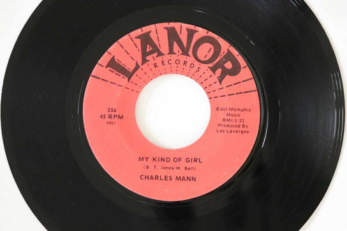 ・アーティスト Charles Mann (2) ・タイトル My Kind Of Girl / Make Me Smile ・レーベル・型番 Lanor Records 556 ・フォーマット 7インチレコード ・コンディション(盤) 可 (VG) ・コンディション(ジャケット) ・コンディション(帯) オビなし ・特記事項 【盤反り】【盤に目立った跡】 実際に発送される商品の画像です 【ご購入前に必ずご確認ください】 ・本店サイト(www.recordcity.jp)とは価格、送料が違います ・本店サイト、その他支店のオーダーとは同梱発送できません ・注文確定後に別の注文を頂いた場合、注文同士の同梱は致しかねます。 ・別倉庫から発送しているため、店頭受け渡しは対応しておりません ・一部商品は他の通販サイトでも販売しているため、ご注文のタイミングによっては商品のご用意ができない場合がございます。 ・土日祝日はお休みです 金曜・祝前日9時以降のご連絡またはご入金は、返答または発送が週明け・祝日明けに順次対応となります。 ・ご購入後のキャンセル不可 ご購入後のキャンセルはいかなる理由においてもお受けできません。ご了承の上、ご購入くださいませ。 ・日本郵便(ゆうパック/ゆうメール)によるお届けになります。 ・中古品であることをご理解ください 当ストアでは中古商品を主に販売しております。中古品であることをご理解の上ご購入ください。また、一部商品はRecordCityオンラインストアで試聴可能です。 ・返品について お客様のご都合による返品は一切承っておりません。 表記の内容と実際の商品に相違がある場合、また針飛び等で返品・返金をご希望される場合は、商品の到着後1週間以内にご連絡ください。商品の返送をこちらで確認後、キャンセル・返金を行います。 コンディションVG以下の商品は返品できません。プレイに影響のない表面のこすれ傷、プレス起因のノイズ盤は返品の対象外です。 【コンディション表記】 ・ほぼ新品(M-)(Like New) 完全な新品。未使用。当店ではほぼ使用しません ・非常に良い(EX)(Excellent) 中古盤として美品な状態。わずかな経年を感じるものの傷みを感じさせない、当店基準で最高の状態 ・良い(VG+)(Very Good Plus) 丁寧に扱われた中古品で、軽い使用感がみられる。 ・可(VG)(Acceptable) 使い込まれた中古品で、「良い」よりもさらに使用感がみられる。 ・悪い(VG-)(Bad) 状態が悪いアイテム。使用の保障はなく、再生不可、針飛び、目立つノイズがあるかもしれない。状態によるクレーム不可。返品不可。 ・非常に悪い(G)(Very Bad) 「悪い」よりさらに状態が悪いアイテム。使用の保障はなく、再生不可、針飛び、目立つノイズがあるかもしれない。状態によるクレーム不可。返品不可。 ・ジャンク(Fair)(Junk/Fair) 割れている、反っている、水ダメージがある、カビ、ジャケットが分離している、ひどい書き込み、ひどい擦れなど最低の状態。使用の保障はなく、再生不可、針飛び、目立つノイズがあるかもしれない。状態によるクレーム不可。返品不可。 ・ジャンク(Poor)(Junk/Poor) 割れている、反っている、水ダメージがある、カビ、ジャケットが分離している、ひどい書き込み、ひどい擦れなど最低の状態。使用の保障はなく、再生不可、針飛び、目立つノイズがあるかもしれない。状態によるクレーム不可。返品不可。