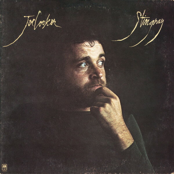 ・アーティスト Joe Cocker ・タイトル Stingray ・レーベル・型番 A&M Records SP4574 ・フォーマット LPレコード ・コンディション(盤) 可 (VG) ・コンディション(ジャケット) 良い (VG+) ・コンディション(帯) オビなし ・特記事項 【盤に目立った跡】 サンプル画像です。実際の商品の画像ではありません 商品写真はバーコード/カタログ番号に対応したサンプル画像ですので、お送りする商品の画像ではありません。帯やライナーなどの付属品は、特記事項に記載されている場合のみ含まれます。プロモやカラーレコードなどの仕様についても、該当する場合のみ特記事項に記載しています。 【ご購入前に必ずご確認ください】 ・本店サイト(www.recordcity.jp)とは価格、送料が違います ・本店サイト、その他支店のオーダーとは同梱発送できません ・注文確定後に別の注文を頂いた場合、注文同士の同梱は致しかねます。 ・別倉庫から発送しているため、店頭受け渡しは対応しておりません ・一部商品は他の通販サイトでも販売しているため、ご注文のタイミングによっては商品のご用意ができない場合がございます。 ・土日祝日はお休みです 金曜・祝前日9時以降のご連絡またはご入金は、返答または発送が週明け・祝日明けに順次対応となります。 ・ご購入後のキャンセル不可 ご購入後のキャンセルはいかなる理由においてもお受けできません。ご了承の上、ご購入くださいませ。 ・日本郵便(ゆうパック/ゆうメール)によるお届けになります。 ・中古品であることをご理解ください 当ストアでは中古商品を主に販売しております。中古品であることをご理解の上ご購入ください。また、一部商品はRecordCityオンラインストアで試聴可能です。 ・返品について お客様のご都合による返品は一切承っておりません。 表記の内容と実際の商品に相違がある場合、また針飛び等で返品・返金をご希望される場合は、商品の到着後1週間以内にご連絡ください。商品の返送をこちらで確認後、キャンセル・返金を行います。 コンディションVG以下の商品は返品できません。プレイに影響のない表面のこすれ傷、プレス起因のノイズ盤は返品の対象外です。 【コンディション表記】 ・ほぼ新品(M-)(Like New) 完全な新品。未使用。当店ではほぼ使用しません ・非常に良い(EX)(Excellent) 中古盤として美品な状態。わずかな経年を感じるものの傷みを感じさせない、当店基準で最高の状態 ・良い(VG+)(Very Good Plus) 丁寧に扱われた中古品で、軽い使用感がみられる。 ・可(VG)(Acceptable) 使い込まれた中古品で、「良い」よりもさらに使用感がみられる。 ・悪い(VG-)(Bad) 状態が悪いアイテム。使用の保障はなく、再生不可、針飛び、目立つノイズがあるかもしれない。状態によるクレーム不可。返品不可。 ・非常に悪い(G)(Very Bad) 「悪い」よりさらに状態が悪いアイテム。使用の保障はなく、再生不可、針飛び、目立つノイズがあるかもしれない。状態によるクレーム不可。返品不可。 ・ジャンク(Fair)(Junk/Fair) 割れている、反っている、水ダメージがある、カビ、ジャケットが分離している、ひどい書き込み、ひどい擦れなど最低の状態。使用の保障はなく、再生不可、針飛び、目立つノイズがあるかもしれない。状態によるクレーム不可。返品不可。 ・ジャンク(Poor)(Junk/Poor) 割れている、反っている、水ダメージがある、カビ、ジャケットが分離している、ひどい書き込み、ひどい擦れなど最低の状態。使用の保障はなく、再生不可、針飛び、目立つノイズがあるかもしれない。状態によるクレーム不可。返品不可。